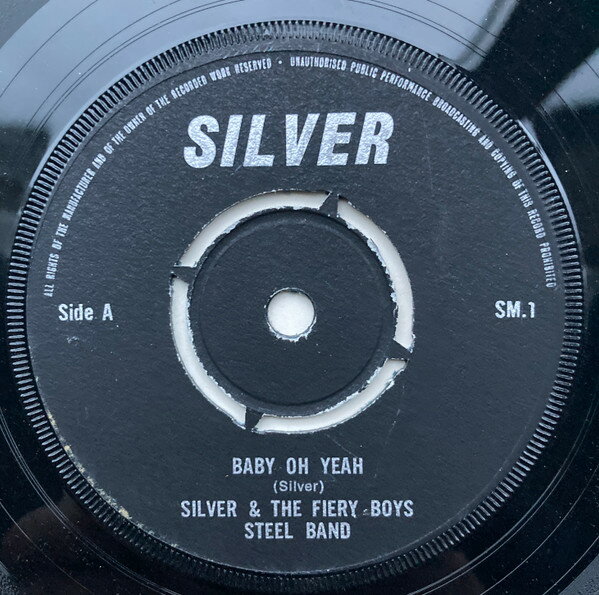 ・アーティスト Silver & The Fiery Boys Steel Band, Silver & The Magnets ・タイトル Baby Oh Yeah ・レーベル・型番 SILVER SM1 ・フォーマット 7インチレコード ・コンディション(盤) 良い (VG+) ・コンディション(ジャケット) ・コンディション(帯) オビなし ・特記事項 サンプル画像です。実際の商品の画像ではありません 商品写真はバーコード/カタログ番号に対応したサンプル画像ですので、お送りする商品の画像ではありません。帯やライナーなどの付属品は、特記事項に記載されている場合のみ含まれます。プロモやカラーレコードなどの仕様についても、該当する場合のみ特記事項に記載しています。 【ご購入前に必ずご確認ください】 ・本店サイト(www.recordcity.jp)とは価格、送料が違います ・本店サイト、その他支店のオーダーとは同梱発送できません ・注文確定後に別の注文を頂いた場合、注文同士の同梱は致しかねます。 ・別倉庫から発送しているため、店頭受け渡しは対応しておりません ・一部商品は他の通販サイトでも販売しているため、ご注文のタイミングによっては商品のご用意ができない場合がございます。 ・土日祝日はお休みです 金曜・祝前日9時以降のご連絡またはご入金は、返答または発送が週明け・祝日明けに順次対応となります。 ・ご購入後のキャンセル不可 ご購入後のキャンセルはいかなる理由においてもお受けできません。ご了承の上、ご購入くださいませ。 ・日本郵便(ゆうパック/ゆうメール)によるお届けになります。 ・中古品であることをご理解ください 当ストアでは中古商品を主に販売しております。中古品であることをご理解の上ご購入ください。また、一部商品はRecordCityオンラインストアで試聴可能です。 ・返品について お客様のご都合による返品は一切承っておりません。 表記の内容と実際の商品に相違がある場合、また針飛び等で返品・返金をご希望される場合は、商品の到着後1週間以内にご連絡ください。商品の返送をこちらで確認後、キャンセル・返金を行います。 コンディションVG以下の商品は返品できません。プレイに影響のない表面のこすれ傷、プレス起因のノイズ盤は返品の対象外です。 【コンディション表記】 ・ほぼ新品(M-)(Like New) 完全な新品。未使用。当店ではほぼ使用しません ・非常に良い(EX)(Excellent) 中古盤として美品な状態。わずかな経年を感じるものの傷みを感じさせない、当店基準で最高の状態 ・良い(VG+)(Very Good Plus) 丁寧に扱われた中古品で、軽い使用感がみられる。 ・可(VG)(Acceptable) 使い込まれた中古品で、「良い」よりもさらに使用感がみられる。 ・悪い(VG-)(Bad) 状態が悪いアイテム。使用の保障はなく、再生不可、針飛び、目立つノイズがあるかもしれない。状態によるクレーム不可。返品不可。 ・非常に悪い(G)(Very Bad) 「悪い」よりさらに状態が悪いアイテム。使用の保障はなく、再生不可、針飛び、目立つノイズがあるかもしれない。状態によるクレーム不可。返品不可。 ・ジャンク(Fair)(Junk/Fair) 割れている、反っている、水ダメージがある、カビ、ジャケットが分離している、ひどい書き込み、ひどい擦れなど最低の状態。使用の保障はなく、再生不可、針飛び、目立つノイズがあるかもしれない。状態によるクレーム不可。返品不可。 ・ジャンク(Poor)(Junk/Poor) 割れている、反っている、水ダメージがある、カビ、ジャケットが分離している、ひどい書き込み、ひどい擦れなど最低の状態。使用の保障はなく、再生不可、針飛び、目立つノイズがあるかもしれない。状態によるクレーム不可。返品不可。