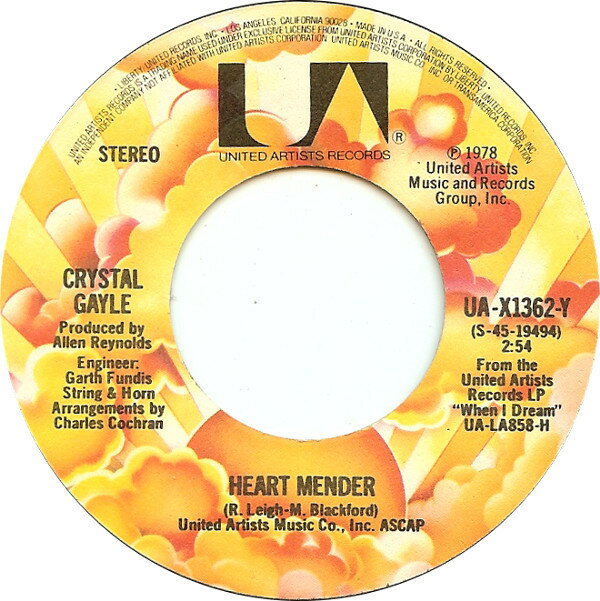 ・アーティスト Crystal Gayle ・タイトル Heart Mender ・レーベル・型番 UNITED ARTISTS UAX1362Y ・フォーマット 7インチレコード ・コンディション(盤) 良い (VG+) ・コンディション(ジャケット) プレインカバー（元ジャケット／カバー無し） ・コンディション(帯) オビなし ・特記事項 サンプル画像です。実際の商品の画像ではありません 商品写真はバーコード/カタログ番号に対応したサンプル画像ですので、お送りする商品の画像ではありません。帯やライナーなどの付属品は、特記事項に記載されている場合のみ含まれます。プロモやカラーレコードなどの仕様についても、該当する場合のみ特記事項に記載しています。 【ご購入前に必ずご確認ください】 ・本店サイト(www.recordcity.jp)とは価格、送料が違います ・本店サイト、その他支店のオーダーとは同梱発送できません ・注文確定後に別の注文を頂いた場合、注文同士の同梱は致しかねます。 ・別倉庫から発送しているため、店頭受け渡しは対応しておりません ・一部商品は他の通販サイトでも販売しているため、ご注文のタイミングによっては商品のご用意ができない場合がございます。 ・土日祝日はお休みです 金曜・祝前日9時以降のご連絡またはご入金は、返答または発送が週明け・祝日明けに順次対応となります。 ・ご購入後のキャンセル不可 ご購入後のキャンセルはいかなる理由においてもお受けできません。ご了承の上、ご購入くださいませ。 ・日本郵便(ゆうパック/ゆうメール)によるお届けになります。 ・中古品であることをご理解ください 当ストアでは中古商品を主に販売しております。中古品であることをご理解の上ご購入ください。また、一部商品はRecordCityオンラインストアで試聴可能です。 ・返品について お客様のご都合による返品は一切承っておりません。 表記の内容と実際の商品に相違がある場合、また針飛び等で返品・返金をご希望される場合は、商品の到着後1週間以内にご連絡ください。商品の返送をこちらで確認後、キャンセル・返金を行います。 コンディションVG以下の商品は返品できません。プレイに影響のない表面のこすれ傷、プレス起因のノイズ盤は返品の対象外です。 【コンディション表記】 ・ほぼ新品(M-)(Like New) 完全な新品。未使用。当店ではほぼ使用しません ・非常に良い(EX)(Excellent) 中古盤として美品な状態。わずかな経年を感じるものの傷みを感じさせない、当店基準で最高の状態 ・良い(VG+)(Very Good Plus) 丁寧に扱われた中古品で、軽い使用感がみられる。 ・可(VG)(Acceptable) 使い込まれた中古品で、「良い」よりもさらに使用感がみられる。 ・悪い(VG-)(Bad) 状態が悪いアイテム。使用の保障はなく、再生不可、針飛び、目立つノイズがあるかもしれない。状態によるクレーム不可。返品不可。 ・非常に悪い(G)(Very Bad) 「悪い」よりさらに状態が悪いアイテム。使用の保障はなく、再生不可、針飛び、目立つノイズがあるかもしれない。状態によるクレーム不可。返品不可。 ・ジャンク(Fair)(Junk/Fair) 割れている、反っている、水ダメージがある、カビ、ジャケットが分離している、ひどい書き込み、ひどい擦れなど最低の状態。使用の保障はなく、再生不可、針飛び、目立つノイズがあるかもしれない。状態によるクレーム不可。返品不可。 ・ジャンク(Poor)(Junk/Poor) 割れている、反っている、水ダメージがある、カビ、ジャケットが分離している、ひどい書き込み、ひどい擦れなど最低の状態。使用の保障はなく、再生不可、針飛び、目立つノイズがあるかもしれない。状態によるクレーム不可。返品不可。