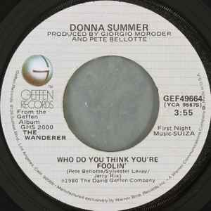 ・アーティスト Donna Summer ・タイトル Who Do You Think You're Foolin' ・レーベル・型番 Geffen Records GEF49664 ・フォーマット 7インチレコード ・コンディション(盤) 良い (VG+) ・コンディション(ジャケット) プレインカバー（元ジャケット／カバー無し） ・コンディション(帯) オビなし ・特記事項 サンプル画像です。実際の商品の画像ではありません 商品写真はバーコード/カタログ番号に対応したサンプル画像ですので、お送りする商品の画像ではありません。帯やライナーなどの付属品は、特記事項に記載されている場合のみ含まれます。プロモやカラーレコードなどの仕様についても、該当する場合のみ特記事項に記載しています。 【ご購入前に必ずご確認ください】 ・本店サイト(www.recordcity.jp)とは価格、送料が違います ・本店サイト、その他支店のオーダーとは同梱発送できません ・注文確定後に別の注文を頂いた場合、注文同士の同梱は致しかねます。 ・別倉庫から発送しているため、店頭受け渡しは対応しておりません ・一部商品は他の通販サイトでも販売しているため、ご注文のタイミングによっては商品のご用意ができない場合がございます。 ・土日祝日はお休みです 金曜・祝前日9時以降のご連絡またはご入金は、返答または発送が週明け・祝日明けに順次対応となります。 ・ご購入後のキャンセル不可 ご購入後のキャンセルはいかなる理由においてもお受けできません。ご了承の上、ご購入くださいませ。 ・日本郵便(ゆうパック/ゆうメール)によるお届けになります。 ・中古品であることをご理解ください 当ストアでは中古商品を主に販売しております。中古品であることをご理解の上ご購入ください。また、一部商品はRecordCityオンラインストアで試聴可能です。 ・返品について お客様のご都合による返品は一切承っておりません。 表記の内容と実際の商品に相違がある場合、また針飛び等で返品・返金をご希望される場合は、商品の到着後1週間以内にご連絡ください。商品の返送をこちらで確認後、キャンセル・返金を行います。 コンディションVG以下の商品は返品できません。プレイに影響のない表面のこすれ傷、プレス起因のノイズ盤は返品の対象外です。 【コンディション表記】 ・ほぼ新品(M-)(Like New) 完全な新品。未使用。当店ではほぼ使用しません ・非常に良い(EX)(Excellent) 中古盤として美品な状態。わずかな経年を感じるものの傷みを感じさせない、当店基準で最高の状態 ・良い(VG+)(Very Good Plus) 丁寧に扱われた中古品で、軽い使用感がみられる。 ・可(VG)(Acceptable) 使い込まれた中古品で、「良い」よりもさらに使用感がみられる。 ・悪い(VG-)(Bad) 状態が悪いアイテム。使用の保障はなく、再生不可、針飛び、目立つノイズがあるかもしれない。状態によるクレーム不可。返品不可。 ・非常に悪い(G)(Very Bad) 「悪い」よりさらに状態が悪いアイテム。使用の保障はなく、再生不可、針飛び、目立つノイズがあるかもしれない。状態によるクレーム不可。返品不可。 ・ジャンク(Fair)(Junk/Fair) 割れている、反っている、水ダメージがある、カビ、ジャケットが分離している、ひどい書き込み、ひどい擦れなど最低の状態。使用の保障はなく、再生不可、針飛び、目立つノイズがあるかもしれない。状態によるクレーム不可。返品不可。 ・ジャンク(Poor)(Junk/Poor) 割れている、反っている、水ダメージがある、カビ、ジャケットが分離している、ひどい書き込み、ひどい擦れなど最低の状態。使用の保障はなく、再生不可、針飛び、目立つノイズがあるかもしれない。状態によるクレーム不可。返品不可。