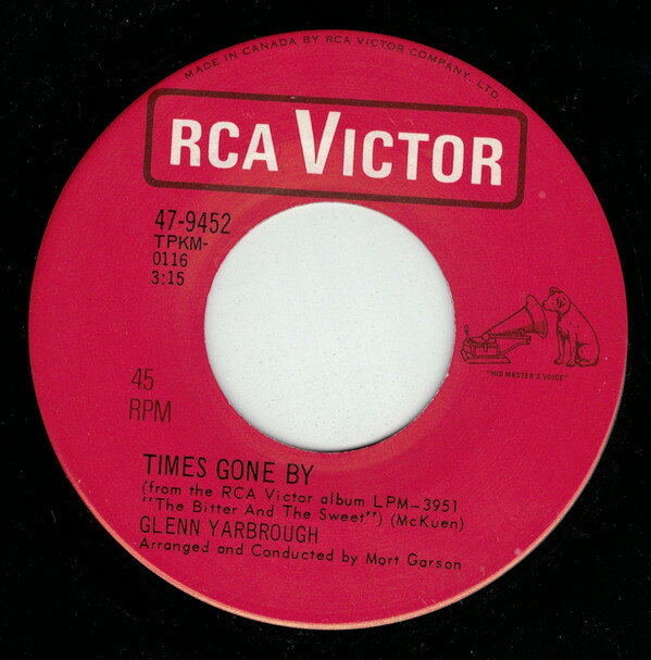 ・アーティスト Glenn Yarbrough ・タイトル Times Gone By / Face In The Crowd ・レーベル・型番 RCA Victor 479542 ・フォーマット 7インチレコード ・コンディション(盤) 非常に良い(EX) ・コンディション(ジャケット) ・コンディション(帯) オビなし ・特記事項 【company sleeve】 サンプル画像です。実際の商品の画像ではありません 商品写真はバーコード/カタログ番号に対応したサンプル画像ですので、お送りする商品の画像ではありません。帯やライナーなどの付属品は、特記事項に記載されている場合のみ含まれます。プロモやカラーレコードなどの仕様についても、該当する場合のみ特記事項に記載しています。 【ご購入前に必ずご確認ください】 ・本店サイト(www.recordcity.jp)とは価格、送料が違います ・本店サイト、その他支店のオーダーとは同梱発送できません ・注文確定後に別の注文を頂いた場合、注文同士の同梱は致しかねます。 ・別倉庫から発送しているため、店頭受け渡しは対応しておりません ・一部商品は他の通販サイトでも販売しているため、ご注文のタイミングによっては商品のご用意ができない場合がございます。 ・土日祝日はお休みです 金曜・祝前日9時以降のご連絡またはご入金は、返答または発送が週明け・祝日明けに順次対応となります。 ・ご購入後のキャンセル不可 ご購入後のキャンセルはいかなる理由においてもお受けできません。ご了承の上、ご購入くださいませ。 ・日本郵便(ゆうパック/ゆうメール)によるお届けになります。 ・中古品であることをご理解ください 当ストアでは中古商品を主に販売しております。中古品であることをご理解の上ご購入ください。また、一部商品はRecordCityオンラインストアで試聴可能です。 ・返品について お客様のご都合による返品は一切承っておりません。 表記の内容と実際の商品に相違がある場合、また針飛び等で返品・返金をご希望される場合は、商品の到着後1週間以内にご連絡ください。商品の返送をこちらで確認後、キャンセル・返金を行います。 コンディションVG以下の商品は返品できません。プレイに影響のない表面のこすれ傷、プレス起因のノイズ盤は返品の対象外です。 【コンディション表記】 ・ほぼ新品(M-)(Like New) 完全な新品。未使用。当店ではほぼ使用しません ・非常に良い(EX)(Excellent) 中古盤として美品な状態。わずかな経年を感じるものの傷みを感じさせない、当店基準で最高の状態 ・良い(VG+)(Very Good Plus) 丁寧に扱われた中古品で、軽い使用感がみられる。 ・可(VG)(Acceptable) 使い込まれた中古品で、「良い」よりもさらに使用感がみられる。 ・悪い(VG-)(Bad) 状態が悪いアイテム。使用の保障はなく、再生不可、針飛び、目立つノイズがあるかもしれない。状態によるクレーム不可。返品不可。 ・非常に悪い(G)(Very Bad) 「悪い」よりさらに状態が悪いアイテム。使用の保障はなく、再生不可、針飛び、目立つノイズがあるかもしれない。状態によるクレーム不可。返品不可。 ・ジャンク(Fair)(Junk/Fair) 割れている、反っている、水ダメージがある、カビ、ジャケットが分離している、ひどい書き込み、ひどい擦れなど最低の状態。使用の保障はなく、再生不可、針飛び、目立つノイズがあるかもしれない。状態によるクレーム不可。返品不可。 ・ジャンク(Poor)(Junk/Poor) 割れている、反っている、水ダメージがある、カビ、ジャケットが分離している、ひどい書き込み、ひどい擦れなど最低の状態。使用の保障はなく、再生不可、針飛び、目立つノイズがあるかもしれない。状態によるクレーム不可。返品不可。