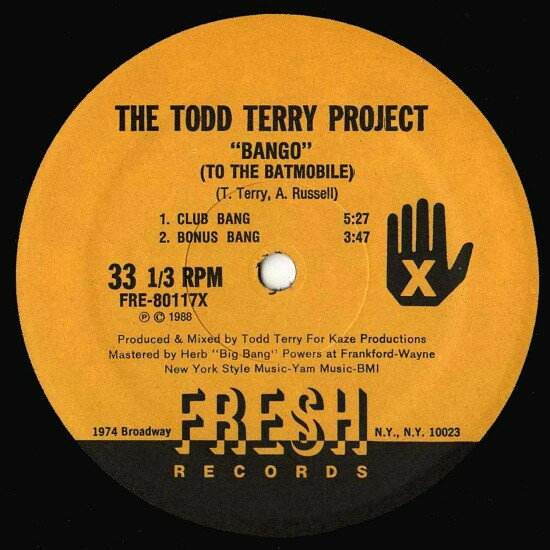 ・アーティスト Todd Terry Project ・タイトル Bango (To The Batmobile) / Back To The Beat ・レーベル・型番 Fresh Records FRE80117Y ・フォーマット 12インチレコード ・コンディション(盤) 良い (VG+) ・コンディション(ジャケット) 良い (VG+) ・コンディション(帯) オビなし ・特記事項 【シュリンク残し】 サンプル画像です。実際の商品の画像ではありません 商品写真はバーコード/カタログ番号に対応したサンプル画像ですので、お送りする商品の画像ではありません。帯やライナーなどの付属品は、特記事項に記載されている場合のみ含まれます。プロモやカラーレコードなどの仕様についても、該当する場合のみ特記事項に記載しています。 【ご購入前に必ずご確認ください】 ・本店サイト(www.recordcity.jp)とは価格、送料が違います ・本店サイト、その他支店のオーダーとは同梱発送できません ・注文確定後に別の注文を頂いた場合、注文同士の同梱は致しかねます。 ・別倉庫から発送しているため、店頭受け渡しは対応しておりません ・一部商品は他の通販サイトでも販売しているため、ご注文のタイミングによっては商品のご用意ができない場合がございます。 ・土日祝日はお休みです 金曜・祝前日9時以降のご連絡またはご入金は、返答または発送が週明け・祝日明けに順次対応となります。 ・ご購入後のキャンセル不可 ご購入後のキャンセルはいかなる理由においてもお受けできません。ご了承の上、ご購入くださいませ。 ・日本郵便(ゆうパック/ゆうメール)によるお届けになります。 ・中古品であることをご理解ください 当ストアでは中古商品を主に販売しております。中古品であることをご理解の上ご購入ください。また、一部商品はRecordCityオンラインストアで試聴可能です。 ・返品について お客様のご都合による返品は一切承っておりません。 表記の内容と実際の商品に相違がある場合、また針飛び等で返品・返金をご希望される場合は、商品の到着後1週間以内にご連絡ください。商品の返送をこちらで確認後、キャンセル・返金を行います。 コンディションVG以下の商品は返品できません。プレイに影響のない表面のこすれ傷、プレス起因のノイズ盤は返品の対象外です。 【コンディション表記】 ・ほぼ新品(M-)(Like New) 完全な新品。未使用。当店ではほぼ使用しません ・非常に良い(EX)(Excellent) 中古盤として美品な状態。わずかな経年を感じるものの傷みを感じさせない、当店基準で最高の状態 ・良い(VG+)(Very Good Plus) 丁寧に扱われた中古品で、軽い使用感がみられる。 ・可(VG)(Acceptable) 使い込まれた中古品で、「良い」よりもさらに使用感がみられる。 ・悪い(VG-)(Bad) 状態が悪いアイテム。使用の保障はなく、再生不可、針飛び、目立つノイズがあるかもしれない。状態によるクレーム不可。返品不可。 ・非常に悪い(G)(Very Bad) 「悪い」よりさらに状態が悪いアイテム。使用の保障はなく、再生不可、針飛び、目立つノイズがあるかもしれない。状態によるクレーム不可。返品不可。 ・ジャンク(Fair)(Junk/Fair) 割れている、反っている、水ダメージがある、カビ、ジャケットが分離している、ひどい書き込み、ひどい擦れなど最低の状態。使用の保障はなく、再生不可、針飛び、目立つノイズがあるかもしれない。状態によるクレーム不可。返品不可。 ・ジャンク(Poor)(Junk/Poor) 割れている、反っている、水ダメージがある、カビ、ジャケットが分離している、ひどい書き込み、ひどい擦れなど最低の状態。使用の保障はなく、再生不可、針飛び、目立つノイズがあるかもしれない。状態によるクレーム不可。返品不可。
