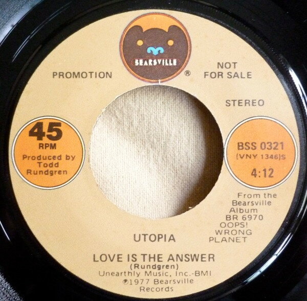 ・アーティスト Utopia ・タイトル Love Is The Answer ・レーベル・型番 BEARSVILLE BSS0321PROMO ・フォーマット 7インチレコード ・コンディション(盤) 良い (VG+) ・コンディション(ジャケット) プレインカバー（元ジャケット／カバー無し） ・コンディション(帯) オビなし ・特記事項 サンプル画像です。実際の商品の画像ではありません 商品写真はバーコード/カタログ番号に対応したサンプル画像ですので、お送りする商品の画像ではありません。帯やライナーなどの付属品は、特記事項に記載されている場合のみ含まれます。プロモやカラーレコードなどの仕様についても、該当する場合のみ特記事項に記載しています。 【ご購入前に必ずご確認ください】 ・本店サイト(www.recordcity.jp)とは価格、送料が違います ・本店サイト、その他支店のオーダーとは同梱発送できません ・注文確定後に別の注文を頂いた場合、注文同士の同梱は致しかねます。 ・別倉庫から発送しているため、店頭受け渡しは対応しておりません ・一部商品は他の通販サイトでも販売しているため、ご注文のタイミングによっては商品のご用意ができない場合がございます。 ・土日祝日はお休みです 金曜・祝前日9時以降のご連絡またはご入金は、返答または発送が週明け・祝日明けに順次対応となります。 ・ご購入後のキャンセル不可 ご購入後のキャンセルはいかなる理由においてもお受けできません。ご了承の上、ご購入くださいませ。 ・日本郵便(ゆうパック/ゆうメール)によるお届けになります。 ・中古品であることをご理解ください 当ストアでは中古商品を主に販売しております。中古品であることをご理解の上ご購入ください。また、一部商品はRecordCityオンラインストアで試聴可能です。 ・返品について お客様のご都合による返品は一切承っておりません。 表記の内容と実際の商品に相違がある場合、また針飛び等で返品・返金をご希望される場合は、商品の到着後1週間以内にご連絡ください。商品の返送をこちらで確認後、キャンセル・返金を行います。 コンディションVG以下の商品は返品できません。プレイに影響のない表面のこすれ傷、プレス起因のノイズ盤は返品の対象外です。 【コンディション表記】 ・ほぼ新品(M-)(Like New) 完全な新品。未使用。当店ではほぼ使用しません ・非常に良い(EX)(Excellent) 中古盤として美品な状態。わずかな経年を感じるものの傷みを感じさせない、当店基準で最高の状態 ・良い(VG+)(Very Good Plus) 丁寧に扱われた中古品で、軽い使用感がみられる。 ・可(VG)(Acceptable) 使い込まれた中古品で、「良い」よりもさらに使用感がみられる。 ・悪い(VG-)(Bad) 状態が悪いアイテム。使用の保障はなく、再生不可、針飛び、目立つノイズがあるかもしれない。状態によるクレーム不可。返品不可。 ・非常に悪い(G)(Very Bad) 「悪い」よりさらに状態が悪いアイテム。使用の保障はなく、再生不可、針飛び、目立つノイズがあるかもしれない。状態によるクレーム不可。返品不可。 ・ジャンク(Fair)(Junk/Fair) 割れている、反っている、水ダメージがある、カビ、ジャケットが分離している、ひどい書き込み、ひどい擦れなど最低の状態。使用の保障はなく、再生不可、針飛び、目立つノイズがあるかもしれない。状態によるクレーム不可。返品不可。 ・ジャンク(Poor)(Junk/Poor) 割れている、反っている、水ダメージがある、カビ、ジャケットが分離している、ひどい書き込み、ひどい擦れなど最低の状態。使用の保障はなく、再生不可、針飛び、目立つノイズがあるかもしれない。状態によるクレーム不可。返品不可。