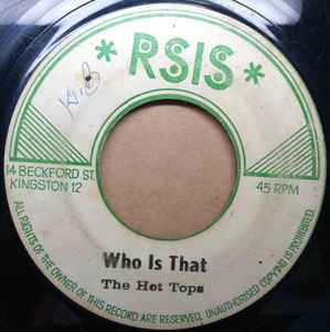 ・アーティスト Hot Tops ・タイトル Who Is That ・レーベル・型番 RSIS NONE ・フォーマット 7インチレコード ・コンディション(盤) 良い (VG+) ・コンディション(ジャケット) ・コンディション(帯) オビなし ・特記事項 サンプル画像です。実際の商品の画像ではありません 商品写真はバーコード/カタログ番号に対応したサンプル画像ですので、お送りする商品の画像ではありません。帯やライナーなどの付属品は、特記事項に記載されている場合のみ含まれます。プロモやカラーレコードなどの仕様についても、該当する場合のみ特記事項に記載しています。 【ご購入前に必ずご確認ください】 ・本店サイト(www.recordcity.jp)とは価格、送料が違います ・本店サイト、その他支店のオーダーとは同梱発送できません ・注文確定後に別の注文を頂いた場合、注文同士の同梱は致しかねます。 ・別倉庫から発送しているため、店頭受け渡しは対応しておりません ・一部商品は他の通販サイトでも販売しているため、ご注文のタイミングによっては商品のご用意ができない場合がございます。 ・土日祝日はお休みです 金曜・祝前日9時以降のご連絡またはご入金は、返答または発送が週明け・祝日明けに順次対応となります。 ・ご購入後のキャンセル不可 ご購入後のキャンセルはいかなる理由においてもお受けできません。ご了承の上、ご購入くださいませ。 ・日本郵便(ゆうパック/ゆうメール)によるお届けになります。 ・中古品であることをご理解ください 当ストアでは中古商品を主に販売しております。中古品であることをご理解の上ご購入ください。また、一部商品はRecordCityオンラインストアで試聴可能です。 ・返品について お客様のご都合による返品は一切承っておりません。 表記の内容と実際の商品に相違がある場合、また針飛び等で返品・返金をご希望される場合は、商品の到着後1週間以内にご連絡ください。商品の返送をこちらで確認後、キャンセル・返金を行います。 コンディションVG以下の商品は返品できません。プレイに影響のない表面のこすれ傷、プレス起因のノイズ盤は返品の対象外です。 【コンディション表記】 ・ほぼ新品(M-)(Like New) 完全な新品。未使用。当店ではほぼ使用しません ・非常に良い(EX)(Excellent) 中古盤として美品な状態。わずかな経年を感じるものの傷みを感じさせない、当店基準で最高の状態 ・良い(VG+)(Very Good Plus) 丁寧に扱われた中古品で、軽い使用感がみられる。 ・可(VG)(Acceptable) 使い込まれた中古品で、「良い」よりもさらに使用感がみられる。 ・悪い(VG-)(Bad) 状態が悪いアイテム。使用の保障はなく、再生不可、針飛び、目立つノイズがあるかもしれない。状態によるクレーム不可。返品不可。 ・非常に悪い(G)(Very Bad) 「悪い」よりさらに状態が悪いアイテム。使用の保障はなく、再生不可、針飛び、目立つノイズがあるかもしれない。状態によるクレーム不可。返品不可。 ・ジャンク(Fair)(Junk/Fair) 割れている、反っている、水ダメージがある、カビ、ジャケットが分離している、ひどい書き込み、ひどい擦れなど最低の状態。使用の保障はなく、再生不可、針飛び、目立つノイズがあるかもしれない。状態によるクレーム不可。返品不可。 ・ジャンク(Poor)(Junk/Poor) 割れている、反っている、水ダメージがある、カビ、ジャケットが分離している、ひどい書き込み、ひどい擦れなど最低の状態。使用の保障はなく、再生不可、針飛び、目立つノイズがあるかもしれない。状態によるクレーム不可。返品不可。