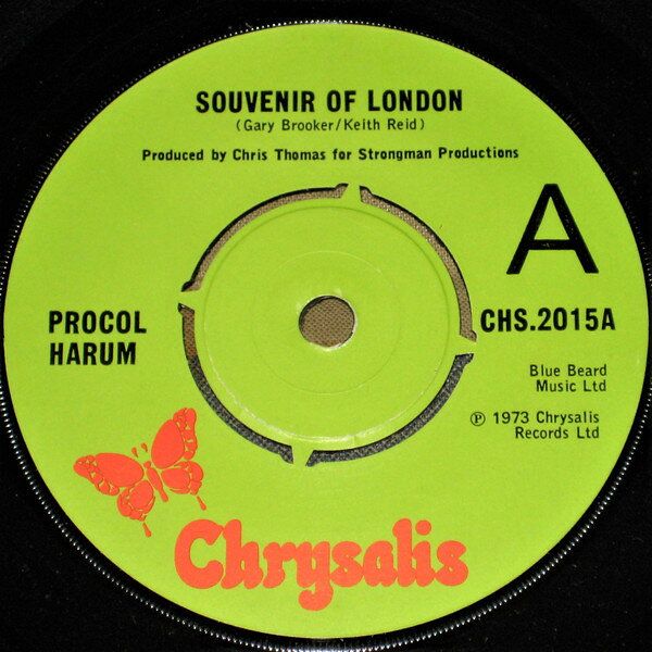・アーティスト Procol Harum ・タイトル Souvenir Of London ・レーベル・型番 Chrysalis CHS2015 ・フォーマット 7インチレコード ・コンディション(盤) 良い (VG+) ・コンディション(ジャケット) プレインカバー（元ジャケット／カバー無し） ・コンディション(帯) オビなし ・特記事項 サンプル画像です。実際の商品の画像ではありません 商品写真はバーコード/カタログ番号に対応したサンプル画像ですので、お送りする商品の画像ではありません。帯やライナーなどの付属品は、特記事項に記載されている場合のみ含まれます。プロモやカラーレコードなどの仕様についても、該当する場合のみ特記事項に記載しています。 【ご購入前に必ずご確認ください】 ・本店サイト(www.recordcity.jp)とは価格、送料が違います ・本店サイト、その他支店のオーダーとは同梱発送できません ・注文確定後に別の注文を頂いた場合、注文同士の同梱は致しかねます。 ・別倉庫から発送しているため、店頭受け渡しは対応しておりません ・一部商品は他の通販サイトでも販売しているため、ご注文のタイミングによっては商品のご用意ができない場合がございます。 ・土日祝日はお休みです 金曜・祝前日9時以降のご連絡またはご入金は、返答または発送が週明け・祝日明けに順次対応となります。 ・ご購入後のキャンセル不可 ご購入後のキャンセルはいかなる理由においてもお受けできません。ご了承の上、ご購入くださいませ。 ・日本郵便(ゆうパック/ゆうメール)によるお届けになります。 ・中古品であることをご理解ください 当ストアでは中古商品を主に販売しております。中古品であることをご理解の上ご購入ください。また、一部商品はRecordCityオンラインストアで試聴可能です。 ・返品について お客様のご都合による返品は一切承っておりません。 表記の内容と実際の商品に相違がある場合、また針飛び等で返品・返金をご希望される場合は、商品の到着後1週間以内にご連絡ください。商品の返送をこちらで確認後、キャンセル・返金を行います。 コンディションVG以下の商品は返品できません。プレイに影響のない表面のこすれ傷、プレス起因のノイズ盤は返品の対象外です。 【コンディション表記】 ・ほぼ新品(M-)(Like New) 完全な新品。未使用。当店ではほぼ使用しません ・非常に良い(EX)(Excellent) 中古盤として美品な状態。わずかな経年を感じるものの傷みを感じさせない、当店基準で最高の状態 ・良い(VG+)(Very Good Plus) 丁寧に扱われた中古品で、軽い使用感がみられる。 ・可(VG)(Acceptable) 使い込まれた中古品で、「良い」よりもさらに使用感がみられる。 ・悪い(VG-)(Bad) 状態が悪いアイテム。使用の保障はなく、再生不可、針飛び、目立つノイズがあるかもしれない。状態によるクレーム不可。返品不可。 ・非常に悪い(G)(Very Bad) 「悪い」よりさらに状態が悪いアイテム。使用の保障はなく、再生不可、針飛び、目立つノイズがあるかもしれない。状態によるクレーム不可。返品不可。 ・ジャンク(Fair)(Junk/Fair) 割れている、反っている、水ダメージがある、カビ、ジャケットが分離している、ひどい書き込み、ひどい擦れなど最低の状態。使用の保障はなく、再生不可、針飛び、目立つノイズがあるかもしれない。状態によるクレーム不可。返品不可。 ・ジャンク(Poor)(Junk/Poor) 割れている、反っている、水ダメージがある、カビ、ジャケットが分離している、ひどい書き込み、ひどい擦れなど最低の状態。使用の保障はなく、再生不可、針飛び、目立つノイズがあるかもしれない。状態によるクレーム不可。返品不可。