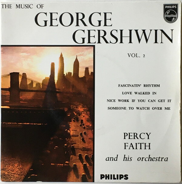 ・アーティスト Percy Faith & His Orchestra ・タイトル The Music Of George Gershwin Vol. 2 ・レーベル・型番 Philips BBE12328 ・フォーマット 7インチレコード ・コンディション(盤) 良い (VG+) ・コンディション(ジャケット) 良い (VG+) ・コンディション(帯) オビなし ・特記事項 【カバーにリングウェア】【盤に浅い跡】 サンプル画像です。実際の商品の画像ではありません 商品写真はバーコード/カタログ番号に対応したサンプル画像ですので、お送りする商品の画像ではありません。帯やライナーなどの付属品は、特記事項に記載されている場合のみ含まれます。プロモやカラーレコードなどの仕様についても、該当する場合のみ特記事項に記載しています。 【ご購入前に必ずご確認ください】 ・本店サイト(www.recordcity.jp)とは価格、送料が違います ・本店サイト、その他支店のオーダーとは同梱発送できません ・注文確定後に別の注文を頂いた場合、注文同士の同梱は致しかねます。 ・別倉庫から発送しているため、店頭受け渡しは対応しておりません ・一部商品は他の通販サイトでも販売しているため、ご注文のタイミングによっては商品のご用意ができない場合がございます。 ・土日祝日はお休みです 金曜・祝前日9時以降のご連絡またはご入金は、返答または発送が週明け・祝日明けに順次対応となります。 ・ご購入後のキャンセル不可 ご購入後のキャンセルはいかなる理由においてもお受けできません。ご了承の上、ご購入くださいませ。 ・日本郵便(ゆうパック/ゆうメール)によるお届けになります。 ・中古品であることをご理解ください 当ストアでは中古商品を主に販売しております。中古品であることをご理解の上ご購入ください。また、一部商品はRecordCityオンラインストアで試聴可能です。 ・返品について お客様のご都合による返品は一切承っておりません。 表記の内容と実際の商品に相違がある場合、また針飛び等で返品・返金をご希望される場合は、商品の到着後1週間以内にご連絡ください。商品の返送をこちらで確認後、キャンセル・返金を行います。 コンディションVG以下の商品は返品できません。プレイに影響のない表面のこすれ傷、プレス起因のノイズ盤は返品の対象外です。 【コンディション表記】 ・ほぼ新品(M-)(Like New) 完全な新品。未使用。当店ではほぼ使用しません ・非常に良い(EX)(Excellent) 中古盤として美品な状態。わずかな経年を感じるものの傷みを感じさせない、当店基準で最高の状態 ・良い(VG+)(Very Good Plus) 丁寧に扱われた中古品で、軽い使用感がみられる。 ・可(VG)(Acceptable) 使い込まれた中古品で、「良い」よりもさらに使用感がみられる。 ・悪い(VG-)(Bad) 状態が悪いアイテム。使用の保障はなく、再生不可、針飛び、目立つノイズがあるかもしれない。状態によるクレーム不可。返品不可。 ・非常に悪い(G)(Very Bad) 「悪い」よりさらに状態が悪いアイテム。使用の保障はなく、再生不可、針飛び、目立つノイズがあるかもしれない。状態によるクレーム不可。返品不可。 ・ジャンク(Fair)(Junk/Fair) 割れている、反っている、水ダメージがある、カビ、ジャケットが分離している、ひどい書き込み、ひどい擦れなど最低の状態。使用の保障はなく、再生不可、針飛び、目立つノイズがあるかもしれない。状態によるクレーム不可。返品不可。 ・ジャンク(Poor)(Junk/Poor) 割れている、反っている、水ダメージがある、カビ、ジャケットが分離している、ひどい書き込み、ひどい擦れなど最低の状態。使用の保障はなく、再生不可、針飛び、目立つノイズがあるかもしれない。状態によるクレーム不可。返品不可。