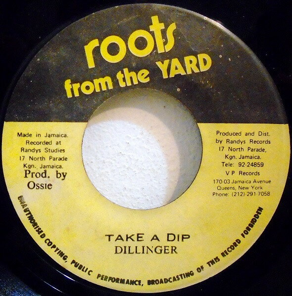 ・アーティスト Dillinger / Ossie & The Revolutionarys ・タイトル Take A Dip / Take A Dub ・レーベル・型番 Roots From The Yard NONE ・フォーマット 7インチレコード ・コンディション(盤) 良い (VG+) ・コンディション(ジャケット) ・コンディション(帯) オビなし ・特記事項 【盤に短いヘアライン】【Slave Master/SEW】 サンプル画像です。実際の商品の画像ではありません 商品写真はバーコード/カタログ番号に対応したサンプル画像ですので、お送りする商品の画像ではありません。帯やライナーなどの付属品は、特記事項に記載されている場合のみ含まれます。プロモやカラーレコードなどの仕様についても、該当する場合のみ特記事項に記載しています。 【ご購入前に必ずご確認ください】 ・本店サイト(www.recordcity.jp)とは価格、送料が違います ・本店サイト、その他支店のオーダーとは同梱発送できません ・注文確定後に別の注文を頂いた場合、注文同士の同梱は致しかねます。 ・別倉庫から発送しているため、店頭受け渡しは対応しておりません ・一部商品は他の通販サイトでも販売しているため、ご注文のタイミングによっては商品のご用意ができない場合がございます。 ・土日祝日はお休みです 金曜・祝前日9時以降のご連絡またはご入金は、返答または発送が週明け・祝日明けに順次対応となります。 ・ご購入後のキャンセル不可 ご購入後のキャンセルはいかなる理由においてもお受けできません。ご了承の上、ご購入くださいませ。 ・日本郵便(ゆうパック/ゆうメール)によるお届けになります。 ・中古品であることをご理解ください 当ストアでは中古商品を主に販売しております。中古品であることをご理解の上ご購入ください。また、一部商品はRecordCityオンラインストアで試聴可能です。 ・返品について お客様のご都合による返品は一切承っておりません。 表記の内容と実際の商品に相違がある場合、また針飛び等で返品・返金をご希望される場合は、商品の到着後1週間以内にご連絡ください。商品の返送をこちらで確認後、キャンセル・返金を行います。 コンディションVG以下の商品は返品できません。プレイに影響のない表面のこすれ傷、プレス起因のノイズ盤は返品の対象外です。 【コンディション表記】 ・ほぼ新品(M-)(Like New) 完全な新品。未使用。当店ではほぼ使用しません ・非常に良い(EX)(Excellent) 中古盤として美品な状態。わずかな経年を感じるものの傷みを感じさせない、当店基準で最高の状態 ・良い(VG+)(Very Good Plus) 丁寧に扱われた中古品で、軽い使用感がみられる。 ・可(VG)(Acceptable) 使い込まれた中古品で、「良い」よりもさらに使用感がみられる。 ・悪い(VG-)(Bad) 状態が悪いアイテム。使用の保障はなく、再生不可、針飛び、目立つノイズがあるかもしれない。状態によるクレーム不可。返品不可。 ・非常に悪い(G)(Very Bad) 「悪い」よりさらに状態が悪いアイテム。使用の保障はなく、再生不可、針飛び、目立つノイズがあるかもしれない。状態によるクレーム不可。返品不可。 ・ジャンク(Fair)(Junk/Fair) 割れている、反っている、水ダメージがある、カビ、ジャケットが分離している、ひどい書き込み、ひどい擦れなど最低の状態。使用の保障はなく、再生不可、針飛び、目立つノイズがあるかもしれない。状態によるクレーム不可。返品不可。 ・ジャンク(Poor)(Junk/Poor) 割れている、反っている、水ダメージがある、カビ、ジャケットが分離している、ひどい書き込み、ひどい擦れなど最低の状態。使用の保障はなく、再生不可、針飛び、目立つノイズがあるかもしれない。状態によるクレーム不可。返品不可。