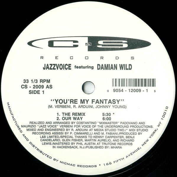 ・アーティスト Maurizio Verbeni, Damian Wild ・タイトル You're My Fantasy ・レーベル・型番 C & S Records CS2009 ・フォーマット 12インチレコード ・コンディション(盤) 良い (VG+) ・コンディション(ジャケット) プレインカバー（元ジャケット／カバー無し） ・コンディション(帯) オビなし ・特記事項 【盤に浅い跡】 サンプル画像です。実際の商品の画像ではありません 商品写真はバーコード/カタログ番号に対応したサンプル画像ですので、お送りする商品の画像ではありません。帯やライナーなどの付属品は、特記事項に記載されている場合のみ含まれます。プロモやカラーレコードなどの仕様についても、該当する場合のみ特記事項に記載しています。 【ご購入前に必ずご確認ください】 ・本店サイト(www.recordcity.jp)とは価格、送料が違います ・本店サイト、その他支店のオーダーとは同梱発送できません ・注文確定後に別の注文を頂いた場合、注文同士の同梱は致しかねます。 ・別倉庫から発送しているため、店頭受け渡しは対応しておりません ・一部商品は他の通販サイトでも販売しているため、ご注文のタイミングによっては商品のご用意ができない場合がございます。 ・土日祝日はお休みです 金曜・祝前日9時以降のご連絡またはご入金は、返答または発送が週明け・祝日明けに順次対応となります。 ・ご購入後のキャンセル不可 ご購入後のキャンセルはいかなる理由においてもお受けできません。ご了承の上、ご購入くださいませ。 ・日本郵便(ゆうパック/ゆうメール)によるお届けになります。 ・中古品であることをご理解ください 当ストアでは中古商品を主に販売しております。中古品であることをご理解の上ご購入ください。また、一部商品はRecordCityオンラインストアで試聴可能です。 ・返品について お客様のご都合による返品は一切承っておりません。 表記の内容と実際の商品に相違がある場合、また針飛び等で返品・返金をご希望される場合は、商品の到着後1週間以内にご連絡ください。商品の返送をこちらで確認後、キャンセル・返金を行います。 コンディションVG以下の商品は返品できません。プレイに影響のない表面のこすれ傷、プレス起因のノイズ盤は返品の対象外です。 【コンディション表記】 ・ほぼ新品(M-)(Like New) 完全な新品。未使用。当店ではほぼ使用しません ・非常に良い(EX)(Excellent) 中古盤として美品な状態。わずかな経年を感じるものの傷みを感じさせない、当店基準で最高の状態 ・良い(VG+)(Very Good Plus) 丁寧に扱われた中古品で、軽い使用感がみられる。 ・可(VG)(Acceptable) 使い込まれた中古品で、「良い」よりもさらに使用感がみられる。 ・悪い(VG-)(Bad) 状態が悪いアイテム。使用の保障はなく、再生不可、針飛び、目立つノイズがあるかもしれない。状態によるクレーム不可。返品不可。 ・非常に悪い(G)(Very Bad) 「悪い」よりさらに状態が悪いアイテム。使用の保障はなく、再生不可、針飛び、目立つノイズがあるかもしれない。状態によるクレーム不可。返品不可。 ・ジャンク(Fair)(Junk/Fair) 割れている、反っている、水ダメージがある、カビ、ジャケットが分離している、ひどい書き込み、ひどい擦れなど最低の状態。使用の保障はなく、再生不可、針飛び、目立つノイズがあるかもしれない。状態によるクレーム不可。返品不可。 ・ジャンク(Poor)(Junk/Poor) 割れている、反っている、水ダメージがある、カビ、ジャケットが分離している、ひどい書き込み、ひどい擦れなど最低の状態。使用の保障はなく、再生不可、針飛び、目立つノイズがあるかもしれない。状態によるクレーム不可。返品不可。