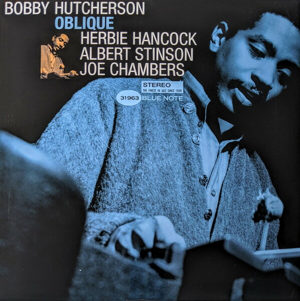・アーティスト Bobby Hutcherson ・タイトル Oblique (-180g) ・レーベル・型番 BLUE NOTE BST31963 ・フォーマット LPレコード ・コンディション(盤) 新品 (M) ・コンディション(ジャケット) 新品 (M) ・コンディション(帯) オビなし ・特記事項 【未開封】 サンプル画像です。実際の商品の画像ではありません 商品写真はバーコード/カタログ番号に対応したサンプル画像ですので、お送りする商品の画像ではありません。帯やライナーなどの付属品は、特記事項に記載されている場合のみ含まれます。プロモやカラーレコードなどの仕様についても、該当する場合のみ特記事項に記載しています。 【ご購入前に必ずご確認ください】 ・本店サイト(www.recordcity.jp)とは価格、送料が違います ・本店サイト、その他支店のオーダーとは同梱発送できません ・注文確定後に別の注文を頂いた場合、注文同士の同梱は致しかねます。 ・別倉庫から発送しているため、店頭受け渡しは対応しておりません ・一部商品は他の通販サイトでも販売しているため、ご注文のタイミングによっては商品のご用意ができない場合がございます。 ・土日祝日はお休みです 金曜・祝前日9時以降のご連絡またはご入金は、返答または発送が週明け・祝日明けに順次対応となります。 ・ご購入後のキャンセル不可 ご購入後のキャンセルはいかなる理由においてもお受けできません。ご了承の上、ご購入くださいませ。 ・日本郵便(ゆうパック/ゆうメール)によるお届けになります。 ・中古品であることをご理解ください 当ストアでは中古商品を主に販売しております。中古品であることをご理解の上ご購入ください。また、一部商品はRecordCityオンラインストアで試聴可能です。 ・返品について お客様のご都合による返品は一切承っておりません。 表記の内容と実際の商品に相違がある場合、また針飛び等で返品・返金をご希望される場合は、商品の到着後1週間以内にご連絡ください。商品の返送をこちらで確認後、キャンセル・返金を行います。 コンディションVG以下の商品は返品できません。プレイに影響のない表面のこすれ傷、プレス起因のノイズ盤は返品の対象外です。 【コンディション表記】 ・ほぼ新品(M-)(Like New) 完全な新品。未使用。当店ではほぼ使用しません ・非常に良い(EX)(Excellent) 中古盤として美品な状態。わずかな経年を感じるものの傷みを感じさせない、当店基準で最高の状態 ・良い(VG+)(Very Good Plus) 丁寧に扱われた中古品で、軽い使用感がみられる。 ・可(VG)(Acceptable) 使い込まれた中古品で、「良い」よりもさらに使用感がみられる。 ・悪い(VG-)(Bad) 状態が悪いアイテム。使用の保障はなく、再生不可、針飛び、目立つノイズがあるかもしれない。状態によるクレーム不可。返品不可。 ・非常に悪い(G)(Very Bad) 「悪い」よりさらに状態が悪いアイテム。使用の保障はなく、再生不可、針飛び、目立つノイズがあるかもしれない。状態によるクレーム不可。返品不可。 ・ジャンク(Fair)(Junk/Fair) 割れている、反っている、水ダメージがある、カビ、ジャケットが分離している、ひどい書き込み、ひどい擦れなど最低の状態。使用の保障はなく、再生不可、針飛び、目立つノイズがあるかもしれない。状態によるクレーム不可。返品不可。 ・ジャンク(Poor)(Junk/Poor) 割れている、反っている、水ダメージがある、カビ、ジャケットが分離している、ひどい書き込み、ひどい擦れなど最低の状態。使用の保障はなく、再生不可、針飛び、目立つノイズがあるかもしれない。状態によるクレーム不可。返品不可。