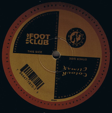 ・アーティスト Footclub ・タイトル Colour Climax ・レーベル・型番 Mindfood Records MF015 ・フォーマット 12インチレコード ・コンディション(盤) 良い (VG+) ・コンディション(ジャケット) プレインカバー（元ジャケット／カバー無し） ・コンディション(帯) オビなし ・特記事項 【盤に薄い跡】 サンプル画像です。実際の商品の画像ではありません 商品写真はバーコード/カタログ番号に対応したサンプル画像ですので、お送りする商品の画像ではありません。帯やライナーなどの付属品は、特記事項に記載されている場合のみ含まれます。プロモやカラーレコードなどの仕様についても、該当する場合のみ特記事項に記載しています。 【ご購入前に必ずご確認ください】 ・本店サイト(www.recordcity.jp)とは価格、送料が違います ・本店サイト、その他支店のオーダーとは同梱発送できません ・注文確定後に別の注文を頂いた場合、注文同士の同梱は致しかねます。 ・別倉庫から発送しているため、店頭受け渡しは対応しておりません ・一部商品は他の通販サイトでも販売しているため、ご注文のタイミングによっては商品のご用意ができない場合がございます。 ・土日祝日はお休みです 金曜・祝前日9時以降のご連絡またはご入金は、返答または発送が週明け・祝日明けに順次対応となります。 ・ご購入後のキャンセル不可 ご購入後のキャンセルはいかなる理由においてもお受けできません。ご了承の上、ご購入くださいませ。 ・日本郵便(ゆうパック/ゆうメール)によるお届けになります。 ・中古品であることをご理解ください 当ストアでは中古商品を主に販売しております。中古品であることをご理解の上ご購入ください。また、一部商品はRecordCityオンラインストアで試聴可能です。 ・返品について お客様のご都合による返品は一切承っておりません。 表記の内容と実際の商品に相違がある場合、また針飛び等で返品・返金をご希望される場合は、商品の到着後1週間以内にご連絡ください。商品の返送をこちらで確認後、キャンセル・返金を行います。 コンディションVG以下の商品は返品できません。プレイに影響のない表面のこすれ傷、プレス起因のノイズ盤は返品の対象外です。 【コンディション表記】 ・ほぼ新品(M-)(Like New) 完全な新品。未使用。当店ではほぼ使用しません ・非常に良い(EX)(Excellent) 中古盤として美品な状態。わずかな経年を感じるものの傷みを感じさせない、当店基準で最高の状態 ・良い(VG+)(Very Good Plus) 丁寧に扱われた中古品で、軽い使用感がみられる。 ・可(VG)(Acceptable) 使い込まれた中古品で、「良い」よりもさらに使用感がみられる。 ・悪い(VG-)(Bad) 状態が悪いアイテム。使用の保障はなく、再生不可、針飛び、目立つノイズがあるかもしれない。状態によるクレーム不可。返品不可。 ・非常に悪い(G)(Very Bad) 「悪い」よりさらに状態が悪いアイテム。使用の保障はなく、再生不可、針飛び、目立つノイズがあるかもしれない。状態によるクレーム不可。返品不可。 ・ジャンク(Fair)(Junk/Fair) 割れている、反っている、水ダメージがある、カビ、ジャケットが分離している、ひどい書き込み、ひどい擦れなど最低の状態。使用の保障はなく、再生不可、針飛び、目立つノイズがあるかもしれない。状態によるクレーム不可。返品不可。 ・ジャンク(Poor)(Junk/Poor) 割れている、反っている、水ダメージがある、カビ、ジャケットが分離している、ひどい書き込み、ひどい擦れなど最低の状態。使用の保障はなく、再生不可、針飛び、目立つノイズがあるかもしれない。状態によるクレーム不可。返品不可。