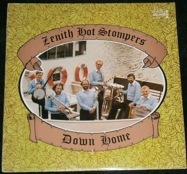 ・アーティスト Zenith Hot Stompers ・タイトル Down Home ・レーベル・型番 Zen Records (5) SLP8 ・フォーマット LPレコード ・コンディション(盤) 良い (VG+) ・コンディション(ジャケット) 良い (VG+) ・コンディション(帯) オビなし ・特記事項 サンプル画像です。実際の商品の画像ではありません 商品写真はバーコード/カタログ番号に対応したサンプル画像ですので、お送りする商品の画像ではありません。帯やライナーなどの付属品は、特記事項に記載されている場合のみ含まれます。プロモやカラーレコードなどの仕様についても、該当する場合のみ特記事項に記載しています。 【ご購入前に必ずご確認ください】 ・本店サイト(www.recordcity.jp)とは価格、送料が違います ・本店サイト、その他支店のオーダーとは同梱発送できません ・注文確定後に別の注文を頂いた場合、注文同士の同梱は致しかねます。 ・別倉庫から発送しているため、店頭受け渡しは対応しておりません ・一部商品は他の通販サイトでも販売しているため、ご注文のタイミングによっては商品のご用意ができない場合がございます。 ・土日祝日はお休みです 金曜・祝前日9時以降のご連絡またはご入金は、返答または発送が週明け・祝日明けに順次対応となります。 ・ご購入後のキャンセル不可 ご購入後のキャンセルはいかなる理由においてもお受けできません。ご了承の上、ご購入くださいませ。 ・日本郵便(ゆうパック/ゆうメール)によるお届けになります。 ・中古品であることをご理解ください 当ストアでは中古商品を主に販売しております。中古品であることをご理解の上ご購入ください。また、一部商品はRecordCityオンラインストアで試聴可能です。 ・返品について お客様のご都合による返品は一切承っておりません。 表記の内容と実際の商品に相違がある場合、また針飛び等で返品・返金をご希望される場合は、商品の到着後1週間以内にご連絡ください。商品の返送をこちらで確認後、キャンセル・返金を行います。 コンディションVG以下の商品は返品できません。プレイに影響のない表面のこすれ傷、プレス起因のノイズ盤は返品の対象外です。 【コンディション表記】 ・ほぼ新品(M-)(Like New) 完全な新品。未使用。当店ではほぼ使用しません ・非常に良い(EX)(Excellent) 中古盤として美品な状態。わずかな経年を感じるものの傷みを感じさせない、当店基準で最高の状態 ・良い(VG+)(Very Good Plus) 丁寧に扱われた中古品で、軽い使用感がみられる。 ・可(VG)(Acceptable) 使い込まれた中古品で、「良い」よりもさらに使用感がみられる。 ・悪い(VG-)(Bad) 状態が悪いアイテム。使用の保障はなく、再生不可、針飛び、目立つノイズがあるかもしれない。状態によるクレーム不可。返品不可。 ・非常に悪い(G)(Very Bad) 「悪い」よりさらに状態が悪いアイテム。使用の保障はなく、再生不可、針飛び、目立つノイズがあるかもしれない。状態によるクレーム不可。返品不可。 ・ジャンク(Fair)(Junk/Fair) 割れている、反っている、水ダメージがある、カビ、ジャケットが分離している、ひどい書き込み、ひどい擦れなど最低の状態。使用の保障はなく、再生不可、針飛び、目立つノイズがあるかもしれない。状態によるクレーム不可。返品不可。 ・ジャンク(Poor)(Junk/Poor) 割れている、反っている、水ダメージがある、カビ、ジャケットが分離している、ひどい書き込み、ひどい擦れなど最低の状態。使用の保障はなく、再生不可、針飛び、目立つノイズがあるかもしれない。状態によるクレーム不可。返品不可。