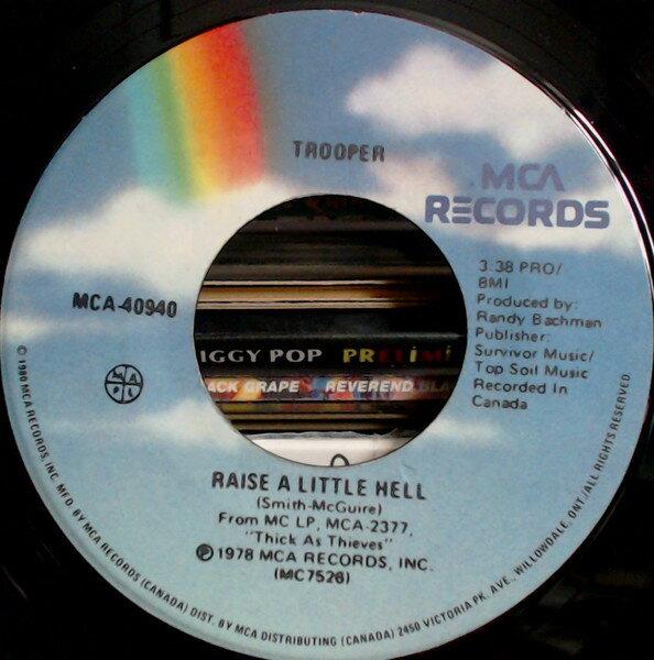 ・アーティスト Trooper ・タイトル Raise A Little Hell ・レーベル・型番 MCA Records MCA40940 ・フォーマット 7インチレコード ・コンディション(盤) 可 (VG) ・コンディション(ジャケット) プレインカバー（元ジャケット／カバー無し） ・コンディション(帯) オビなし ・特記事項 【盤に薄い跡】 サンプル画像です。実際の商品の画像ではありません 商品写真はバーコード/カタログ番号に対応したサンプル画像ですので、お送りする商品の画像ではありません。帯やライナーなどの付属品は、特記事項に記載されている場合のみ含まれます。プロモやカラーレコードなどの仕様についても、該当する場合のみ特記事項に記載しています。 【ご購入前に必ずご確認ください】 ・本店サイト(www.recordcity.jp)とは価格、送料が違います ・本店サイト、その他支店のオーダーとは同梱発送できません ・注文確定後に別の注文を頂いた場合、注文同士の同梱は致しかねます。 ・別倉庫から発送しているため、店頭受け渡しは対応しておりません ・一部商品は他の通販サイトでも販売しているため、ご注文のタイミングによっては商品のご用意ができない場合がございます。 ・土日祝日はお休みです 金曜・祝前日9時以降のご連絡またはご入金は、返答または発送が週明け・祝日明けに順次対応となります。 ・ご購入後のキャンセル不可 ご購入後のキャンセルはいかなる理由においてもお受けできません。ご了承の上、ご購入くださいませ。 ・日本郵便(ゆうパック/ゆうメール)によるお届けになります。 ・中古品であることをご理解ください 当ストアでは中古商品を主に販売しております。中古品であることをご理解の上ご購入ください。また、一部商品はRecordCityオンラインストアで試聴可能です。 ・返品について お客様のご都合による返品は一切承っておりません。 表記の内容と実際の商品に相違がある場合、また針飛び等で返品・返金をご希望される場合は、商品の到着後1週間以内にご連絡ください。商品の返送をこちらで確認後、キャンセル・返金を行います。 コンディションVG以下の商品は返品できません。プレイに影響のない表面のこすれ傷、プレス起因のノイズ盤は返品の対象外です。 【コンディション表記】 ・ほぼ新品(M-)(Like New) 完全な新品。未使用。当店ではほぼ使用しません ・非常に良い(EX)(Excellent) 中古盤として美品な状態。わずかな経年を感じるものの傷みを感じさせない、当店基準で最高の状態 ・良い(VG+)(Very Good Plus) 丁寧に扱われた中古品で、軽い使用感がみられる。 ・可(VG)(Acceptable) 使い込まれた中古品で、「良い」よりもさらに使用感がみられる。 ・悪い(VG-)(Bad) 状態が悪いアイテム。使用の保障はなく、再生不可、針飛び、目立つノイズがあるかもしれない。状態によるクレーム不可。返品不可。 ・非常に悪い(G)(Very Bad) 「悪い」よりさらに状態が悪いアイテム。使用の保障はなく、再生不可、針飛び、目立つノイズがあるかもしれない。状態によるクレーム不可。返品不可。 ・ジャンク(Fair)(Junk/Fair) 割れている、反っている、水ダメージがある、カビ、ジャケットが分離している、ひどい書き込み、ひどい擦れなど最低の状態。使用の保障はなく、再生不可、針飛び、目立つノイズがあるかもしれない。状態によるクレーム不可。返品不可。 ・ジャンク(Poor)(Junk/Poor) 割れている、反っている、水ダメージがある、カビ、ジャケットが分離している、ひどい書き込み、ひどい擦れなど最低の状態。使用の保障はなく、再生不可、針飛び、目立つノイズがあるかもしれない。状態によるクレーム不可。返品不可。