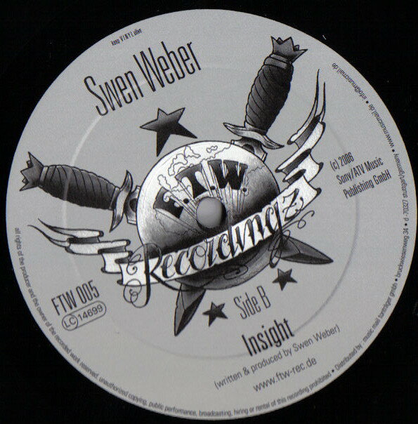 ・アーティスト Swen Weber ・タイトル Deep Concentration / Insight ・レーベル・型番 F.T.W. Recordingz FTW005 ・フォーマット 12インチレコード ・コンディション(盤) 非常に良い(EX) ・コンディション(ジャケット) 良い (VG+) ・コンディション(帯) オビなし ・特記事項 サンプル画像です。実際の商品の画像ではありません 商品写真はバーコード/カタログ番号に対応したサンプル画像ですので、お送りする商品の画像ではありません。帯やライナーなどの付属品は、特記事項に記載されている場合のみ含まれます。プロモやカラーレコードなどの仕様についても、該当する場合のみ特記事項に記載しています。 【ご購入前に必ずご確認ください】 ・本店サイト(www.recordcity.jp)とは価格、送料が違います ・本店サイト、その他支店のオーダーとは同梱発送できません ・注文確定後に別の注文を頂いた場合、注文同士の同梱は致しかねます。 ・別倉庫から発送しているため、店頭受け渡しは対応しておりません ・一部商品は他の通販サイトでも販売しているため、ご注文のタイミングによっては商品のご用意ができない場合がございます。 ・土日祝日はお休みです 金曜・祝前日9時以降のご連絡またはご入金は、返答または発送が週明け・祝日明けに順次対応となります。 ・ご購入後のキャンセル不可 ご購入後のキャンセルはいかなる理由においてもお受けできません。ご了承の上、ご購入くださいませ。 ・日本郵便(ゆうパック/ゆうメール)によるお届けになります。 ・中古品であることをご理解ください 当ストアでは中古商品を主に販売しております。中古品であることをご理解の上ご購入ください。また、一部商品はRecordCityオンラインストアで試聴可能です。 ・返品について お客様のご都合による返品は一切承っておりません。 表記の内容と実際の商品に相違がある場合、また針飛び等で返品・返金をご希望される場合は、商品の到着後1週間以内にご連絡ください。商品の返送をこちらで確認後、キャンセル・返金を行います。 コンディションVG以下の商品は返品できません。プレイに影響のない表面のこすれ傷、プレス起因のノイズ盤は返品の対象外です。 【コンディション表記】 ・ほぼ新品(M-)(Like New) 完全な新品。未使用。当店ではほぼ使用しません ・非常に良い(EX)(Excellent) 中古盤として美品な状態。わずかな経年を感じるものの傷みを感じさせない、当店基準で最高の状態 ・良い(VG+)(Very Good Plus) 丁寧に扱われた中古品で、軽い使用感がみられる。 ・可(VG)(Acceptable) 使い込まれた中古品で、「良い」よりもさらに使用感がみられる。 ・悪い(VG-)(Bad) 状態が悪いアイテム。使用の保障はなく、再生不可、針飛び、目立つノイズがあるかもしれない。状態によるクレーム不可。返品不可。 ・非常に悪い(G)(Very Bad) 「悪い」よりさらに状態が悪いアイテム。使用の保障はなく、再生不可、針飛び、目立つノイズがあるかもしれない。状態によるクレーム不可。返品不可。 ・ジャンク(Fair)(Junk/Fair) 割れている、反っている、水ダメージがある、カビ、ジャケットが分離している、ひどい書き込み、ひどい擦れなど最低の状態。使用の保障はなく、再生不可、針飛び、目立つノイズがあるかもしれない。状態によるクレーム不可。返品不可。 ・ジャンク(Poor)(Junk/Poor) 割れている、反っている、水ダメージがある、カビ、ジャケットが分離している、ひどい書き込み、ひどい擦れなど最低の状態。使用の保障はなく、再生不可、針飛び、目立つノイズがあるかもしれない。状態によるクレーム不可。返品不可。