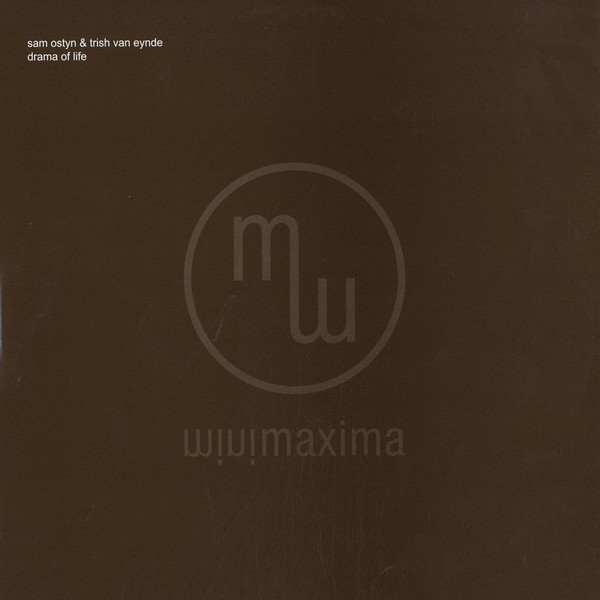 ・アーティスト Sam Ostyn & Trish Van Eynde ・タイトル Drama Of Life ・レーベル・型番 Minimaxima TM102 ・フォーマット 12インチレコード ・コンディション(盤) 良い (VG+) ・コンディション(ジャケット) 良い (VG+) ・コンディション(帯) オビなし ・特記事項 サンプル画像です。実際の商品の画像ではありません 商品写真はバーコード/カタログ番号に対応したサンプル画像ですので、お送りする商品の画像ではありません。帯やライナーなどの付属品は、特記事項に記載されている場合のみ含まれます。プロモやカラーレコードなどの仕様についても、該当する場合のみ特記事項に記載しています。 【ご購入前に必ずご確認ください】 ・本店サイト(www.recordcity.jp)とは価格、送料が違います ・本店サイト、その他支店のオーダーとは同梱発送できません ・注文確定後に別の注文を頂いた場合、注文同士の同梱は致しかねます。 ・別倉庫から発送しているため、店頭受け渡しは対応しておりません ・一部商品は他の通販サイトでも販売しているため、ご注文のタイミングによっては商品のご用意ができない場合がございます。 ・土日祝日はお休みです 金曜・祝前日9時以降のご連絡またはご入金は、返答または発送が週明け・祝日明けに順次対応となります。 ・ご購入後のキャンセル不可 ご購入後のキャンセルはいかなる理由においてもお受けできません。ご了承の上、ご購入くださいませ。 ・日本郵便(ゆうパック/ゆうメール)によるお届けになります。 ・中古品であることをご理解ください 当ストアでは中古商品を主に販売しております。中古品であることをご理解の上ご購入ください。また、一部商品はRecordCityオンラインストアで試聴可能です。 ・返品について お客様のご都合による返品は一切承っておりません。 表記の内容と実際の商品に相違がある場合、また針飛び等で返品・返金をご希望される場合は、商品の到着後1週間以内にご連絡ください。商品の返送をこちらで確認後、キャンセル・返金を行います。 コンディションVG以下の商品は返品できません。プレイに影響のない表面のこすれ傷、プレス起因のノイズ盤は返品の対象外です。 【コンディション表記】 ・ほぼ新品(M-)(Like New) 完全な新品。未使用。当店ではほぼ使用しません ・非常に良い(EX)(Excellent) 中古盤として美品な状態。わずかな経年を感じるものの傷みを感じさせない、当店基準で最高の状態 ・良い(VG+)(Very Good Plus) 丁寧に扱われた中古品で、軽い使用感がみられる。 ・可(VG)(Acceptable) 使い込まれた中古品で、「良い」よりもさらに使用感がみられる。 ・悪い(VG-)(Bad) 状態が悪いアイテム。使用の保障はなく、再生不可、針飛び、目立つノイズがあるかもしれない。状態によるクレーム不可。返品不可。 ・非常に悪い(G)(Very Bad) 「悪い」よりさらに状態が悪いアイテム。使用の保障はなく、再生不可、針飛び、目立つノイズがあるかもしれない。状態によるクレーム不可。返品不可。 ・ジャンク(Fair)(Junk/Fair) 割れている、反っている、水ダメージがある、カビ、ジャケットが分離している、ひどい書き込み、ひどい擦れなど最低の状態。使用の保障はなく、再生不可、針飛び、目立つノイズがあるかもしれない。状態によるクレーム不可。返品不可。 ・ジャンク(Poor)(Junk/Poor) 割れている、反っている、水ダメージがある、カビ、ジャケットが分離している、ひどい書き込み、ひどい擦れなど最低の状態。使用の保障はなく、再生不可、針飛び、目立つノイズがあるかもしれない。状態によるクレーム不可。返品不可。