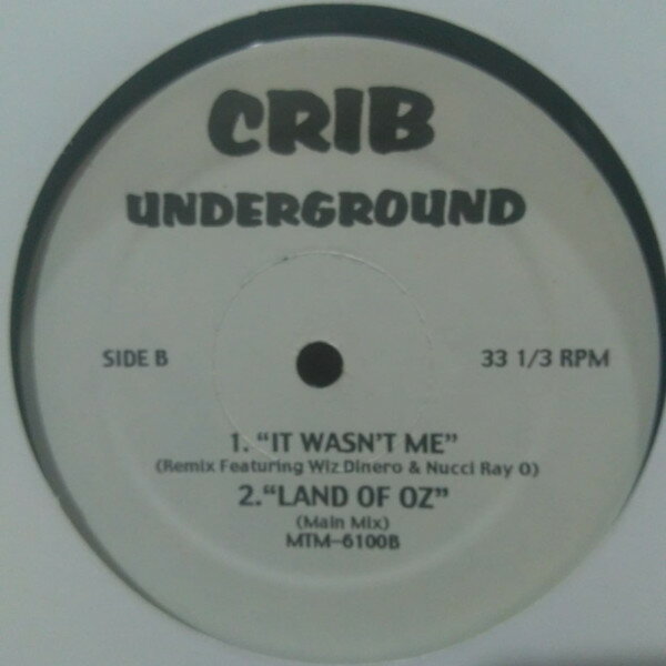 ・アーティスト Various ・タイトル Crib Underground ・レーベル・型番 Crib Underground MTM6100 ・フォーマット 12インチレコード ・コンディション(盤) 良い (VG+) ・コンディション(ジャケット) プレインカバー（元ジャケット／カバー無し） ・コンディション(帯) オビなし ・特記事項 サンプル画像です。実際の商品の画像ではありません 商品写真はバーコード/カタログ番号に対応したサンプル画像ですので、お送りする商品の画像ではありません。帯やライナーなどの付属品は、特記事項に記載されている場合のみ含まれます。プロモやカラーレコードなどの仕様についても、該当する場合のみ特記事項に記載しています。 【ご購入前に必ずご確認ください】 ・本店サイト(www.recordcity.jp)とは価格、送料が違います ・本店サイト、その他支店のオーダーとは同梱発送できません ・注文確定後に別の注文を頂いた場合、注文同士の同梱は致しかねます。 ・別倉庫から発送しているため、店頭受け渡しは対応しておりません ・一部商品は他の通販サイトでも販売しているため、ご注文のタイミングによっては商品のご用意ができない場合がございます。 ・土日祝日はお休みです 金曜・祝前日9時以降のご連絡またはご入金は、返答または発送が週明け・祝日明けに順次対応となります。 ・ご購入後のキャンセル不可 ご購入後のキャンセルはいかなる理由においてもお受けできません。ご了承の上、ご購入くださいませ。 ・日本郵便(ゆうパック/ゆうメール)によるお届けになります。 ・中古品であることをご理解ください 当ストアでは中古商品を主に販売しております。中古品であることをご理解の上ご購入ください。また、一部商品はRecordCityオンラインストアで試聴可能です。 ・返品について お客様のご都合による返品は一切承っておりません。 表記の内容と実際の商品に相違がある場合、また針飛び等で返品・返金をご希望される場合は、商品の到着後1週間以内にご連絡ください。商品の返送をこちらで確認後、キャンセル・返金を行います。 コンディションVG以下の商品は返品できません。プレイに影響のない表面のこすれ傷、プレス起因のノイズ盤は返品の対象外です。 【コンディション表記】 ・ほぼ新品(M-)(Like New) 完全な新品。未使用。当店ではほぼ使用しません ・非常に良い(EX)(Excellent) 中古盤として美品な状態。わずかな経年を感じるものの傷みを感じさせない、当店基準で最高の状態 ・良い(VG+)(Very Good Plus) 丁寧に扱われた中古品で、軽い使用感がみられる。 ・可(VG)(Acceptable) 使い込まれた中古品で、「良い」よりもさらに使用感がみられる。 ・悪い(VG-)(Bad) 状態が悪いアイテム。使用の保障はなく、再生不可、針飛び、目立つノイズがあるかもしれない。状態によるクレーム不可。返品不可。 ・非常に悪い(G)(Very Bad) 「悪い」よりさらに状態が悪いアイテム。使用の保障はなく、再生不可、針飛び、目立つノイズがあるかもしれない。状態によるクレーム不可。返品不可。 ・ジャンク(Fair)(Junk/Fair) 割れている、反っている、水ダメージがある、カビ、ジャケットが分離している、ひどい書き込み、ひどい擦れなど最低の状態。使用の保障はなく、再生不可、針飛び、目立つノイズがあるかもしれない。状態によるクレーム不可。返品不可。 ・ジャンク(Poor)(Junk/Poor) 割れている、反っている、水ダメージがある、カビ、ジャケットが分離している、ひどい書き込み、ひどい擦れなど最低の状態。使用の保障はなく、再生不可、針飛び、目立つノイズがあるかもしれない。状態によるクレーム不可。返品不可。