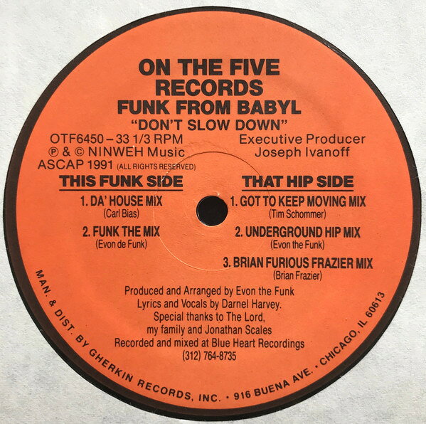 ・アーティスト Funk From Babyl ・タイトル Don't Slow Down ・レーベル・型番 On The Five Records OTF6450 ・フォーマット 12インチレコード ・コンディション(盤) 良い (VG+) ・コンディション(ジャケット) プレインカバー（元ジャケット／カバー無し） ・コンディション(帯) オビなし ・特記事項 【盤に薄い跡】 サンプル画像です。実際の商品の画像ではありません 商品写真はバーコード/カタログ番号に対応したサンプル画像ですので、お送りする商品の画像ではありません。帯やライナーなどの付属品は、特記事項に記載されている場合のみ含まれます。プロモやカラーレコードなどの仕様についても、該当する場合のみ特記事項に記載しています。 【ご購入前に必ずご確認ください】 ・本店サイト(www.recordcity.jp)とは価格、送料が違います ・本店サイト、その他支店のオーダーとは同梱発送できません ・注文確定後に別の注文を頂いた場合、注文同士の同梱は致しかねます。 ・別倉庫から発送しているため、店頭受け渡しは対応しておりません ・一部商品は他の通販サイトでも販売しているため、ご注文のタイミングによっては商品のご用意ができない場合がございます。 ・土日祝日はお休みです 金曜・祝前日9時以降のご連絡またはご入金は、返答または発送が週明け・祝日明けに順次対応となります。 ・ご購入後のキャンセル不可 ご購入後のキャンセルはいかなる理由においてもお受けできません。ご了承の上、ご購入くださいませ。 ・日本郵便(ゆうパック/ゆうメール)によるお届けになります。 ・中古品であることをご理解ください 当ストアでは中古商品を主に販売しております。中古品であることをご理解の上ご購入ください。また、一部商品はRecordCityオンラインストアで試聴可能です。 ・返品について お客様のご都合による返品は一切承っておりません。 表記の内容と実際の商品に相違がある場合、また針飛び等で返品・返金をご希望される場合は、商品の到着後1週間以内にご連絡ください。商品の返送をこちらで確認後、キャンセル・返金を行います。 コンディションVG以下の商品は返品できません。プレイに影響のない表面のこすれ傷、プレス起因のノイズ盤は返品の対象外です。 【コンディション表記】 ・ほぼ新品(M-)(Like New) 完全な新品。未使用。当店ではほぼ使用しません ・非常に良い(EX)(Excellent) 中古盤として美品な状態。わずかな経年を感じるものの傷みを感じさせない、当店基準で最高の状態 ・良い(VG+)(Very Good Plus) 丁寧に扱われた中古品で、軽い使用感がみられる。 ・可(VG)(Acceptable) 使い込まれた中古品で、「良い」よりもさらに使用感がみられる。 ・悪い(VG-)(Bad) 状態が悪いアイテム。使用の保障はなく、再生不可、針飛び、目立つノイズがあるかもしれない。状態によるクレーム不可。返品不可。 ・非常に悪い(G)(Very Bad) 「悪い」よりさらに状態が悪いアイテム。使用の保障はなく、再生不可、針飛び、目立つノイズがあるかもしれない。状態によるクレーム不可。返品不可。 ・ジャンク(Fair)(Junk/Fair) 割れている、反っている、水ダメージがある、カビ、ジャケットが分離している、ひどい書き込み、ひどい擦れなど最低の状態。使用の保障はなく、再生不可、針飛び、目立つノイズがあるかもしれない。状態によるクレーム不可。返品不可。 ・ジャンク(Poor)(Junk/Poor) 割れている、反っている、水ダメージがある、カビ、ジャケットが分離している、ひどい書き込み、ひどい擦れなど最低の状態。使用の保障はなく、再生不可、針飛び、目立つノイズがあるかもしれない。状態によるクレーム不可。返品不可。