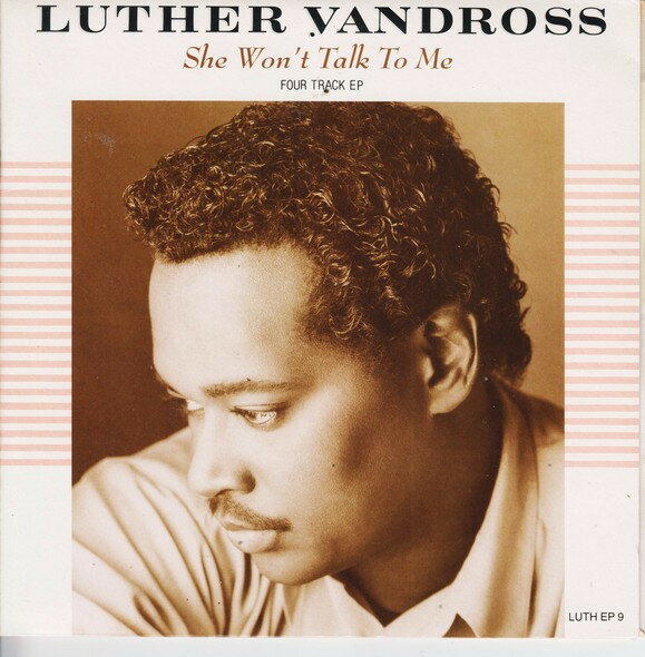 ・アーティスト Luther Vandross ・タイトル She Won't Talk To Me ・レーベル・型番 Epic LUTHEP9 ・フォーマット 7インチレコード ・コンディション(盤) 良い (VG+) ・コンディション(ジャケット) 良い (VG+) ・コンディション(帯) オビなし ・特記事項 【カバー折れ/しわ】 サンプル画像です。実際の商品の画像ではありません 商品写真はバーコード/カタログ番号に対応したサンプル画像ですので、お送りする商品の画像ではありません。帯やライナーなどの付属品は、特記事項に記載されている場合のみ含まれます。プロモやカラーレコードなどの仕様についても、該当する場合のみ特記事項に記載しています。 【ご購入前に必ずご確認ください】 ・本店サイト(www.recordcity.jp)とは価格、送料が違います ・本店サイト、その他支店のオーダーとは同梱発送できません ・注文確定後に別の注文を頂いた場合、注文同士の同梱は致しかねます。 ・別倉庫から発送しているため、店頭受け渡しは対応しておりません ・一部商品は他の通販サイトでも販売しているため、ご注文のタイミングによっては商品のご用意ができない場合がございます。 ・土日祝日はお休みです 金曜・祝前日9時以降のご連絡またはご入金は、返答または発送が週明け・祝日明けに順次対応となります。 ・ご購入後のキャンセル不可 ご購入後のキャンセルはいかなる理由においてもお受けできません。ご了承の上、ご購入くださいませ。 ・日本郵便(ゆうパック/ゆうメール)によるお届けになります。 ・中古品であることをご理解ください 当ストアでは中古商品を主に販売しております。中古品であることをご理解の上ご購入ください。また、一部商品はRecordCityオンラインストアで試聴可能です。 ・返品について お客様のご都合による返品は一切承っておりません。 表記の内容と実際の商品に相違がある場合、また針飛び等で返品・返金をご希望される場合は、商品の到着後1週間以内にご連絡ください。商品の返送をこちらで確認後、キャンセル・返金を行います。 コンディションVG以下の商品は返品できません。プレイに影響のない表面のこすれ傷、プレス起因のノイズ盤は返品の対象外です。 【コンディション表記】 ・ほぼ新品(M-)(Like New) 完全な新品。未使用。当店ではほぼ使用しません ・非常に良い(EX)(Excellent) 中古盤として美品な状態。わずかな経年を感じるものの傷みを感じさせない、当店基準で最高の状態 ・良い(VG+)(Very Good Plus) 丁寧に扱われた中古品で、軽い使用感がみられる。 ・可(VG)(Acceptable) 使い込まれた中古品で、「良い」よりもさらに使用感がみられる。 ・悪い(VG-)(Bad) 状態が悪いアイテム。使用の保障はなく、再生不可、針飛び、目立つノイズがあるかもしれない。状態によるクレーム不可。返品不可。 ・非常に悪い(G)(Very Bad) 「悪い」よりさらに状態が悪いアイテム。使用の保障はなく、再生不可、針飛び、目立つノイズがあるかもしれない。状態によるクレーム不可。返品不可。 ・ジャンク(Fair)(Junk/Fair) 割れている、反っている、水ダメージがある、カビ、ジャケットが分離している、ひどい書き込み、ひどい擦れなど最低の状態。使用の保障はなく、再生不可、針飛び、目立つノイズがあるかもしれない。状態によるクレーム不可。返品不可。 ・ジャンク(Poor)(Junk/Poor) 割れている、反っている、水ダメージがある、カビ、ジャケットが分離している、ひどい書き込み、ひどい擦れなど最低の状態。使用の保障はなく、再生不可、針飛び、目立つノイズがあるかもしれない。状態によるクレーム不可。返品不可。