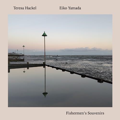 ・アーティスト Teresa　Hackel／山田衛子 ・タイトル Fishermen's Souvenirs ・レーベル・型番 Ftarri FTARRI918 ・フォーマット CD ・コンディション(盤) 新品 (M) ・コンディション(ジャケット) 新品 (M) ・コンディション(帯) 新品 (M) ・特記事項 【未開封】 【帯付き】 サンプル画像です。実際の商品の画像ではありません 商品写真はバーコード/カタログ番号に対応したサンプル画像ですので、お送りする商品の画像ではありません。帯やライナーなどの付属品は、特記事項に記載されている場合のみ含まれます。プロモやカラーレコードなどの仕様についても、該当する場合のみ特記事項に記載しています。 【ご購入前に必ずご確認ください】 ・本店サイト(www.recordcity.jp)とは価格、送料が違います ・本店サイト、その他支店のオーダーとは同梱発送できません ・注文確定後に別の注文を頂いた場合、注文同士の同梱は致しかねます。 ・別倉庫から発送しているため、店頭受け渡しは対応しておりません ・一部商品は他の通販サイトでも販売しているため、ご注文のタイミングによっては商品のご用意ができない場合がございます。 ・土日祝日はお休みです 金曜・祝前日9時以降のご連絡またはご入金は、返答または発送が週明け・祝日明けに順次対応となります。 ・ご購入後のキャンセル不可 ご購入後のキャンセルはいかなる理由においてもお受けできません。ご了承の上、ご購入くださいませ。 ・日本郵便(ゆうパック/ゆうメール)によるお届けになります。 ・中古品であることをご理解ください 当ストアでは中古商品を主に販売しております。中古品であることをご理解の上ご購入ください。また、一部商品はRecordCityオンラインストアで試聴可能です。 ・返品について お客様のご都合による返品は一切承っておりません。 表記の内容と実際の商品に相違がある場合、また針飛び等で返品・返金をご希望される場合は、商品の到着後1週間以内にご連絡ください。商品の返送をこちらで確認後、キャンセル・返金を行います。 コンディションVG以下の商品は返品できません。プレイに影響のない表面のこすれ傷、プレス起因のノイズ盤は返品の対象外です。 【コンディション表記】 ・ほぼ新品(M-)(Like New) 完全な新品。未使用。当店ではほぼ使用しません ・非常に良い(EX)(Excellent) 中古盤として美品な状態。わずかな経年を感じるものの傷みを感じさせない、当店基準で最高の状態 ・良い(VG+)(Very Good Plus) 丁寧に扱われた中古品で、軽い使用感がみられる。 ・可(VG)(Acceptable) 使い込まれた中古品で、「良い」よりもさらに使用感がみられる。 ・悪い(VG-)(Bad) 状態が悪いアイテム。使用の保障はなく、再生不可、針飛び、目立つノイズがあるかもしれない。状態によるクレーム不可。返品不可。 ・非常に悪い(G)(Very Bad) 「悪い」よりさらに状態が悪いアイテム。使用の保障はなく、再生不可、針飛び、目立つノイズがあるかもしれない。状態によるクレーム不可。返品不可。 ・ジャンク(Fair)(Junk/Fair) 割れている、反っている、水ダメージがある、カビ、ジャケットが分離している、ひどい書き込み、ひどい擦れなど最低の状態。使用の保障はなく、再生不可、針飛び、目立つノイズがあるかもしれない。状態によるクレーム不可。返品不可。 ・ジャンク(Poor)(Junk/Poor) 割れている、反っている、水ダメージがある、カビ、ジャケットが分離している、ひどい書き込み、ひどい擦れなど最低の状態。使用の保障はなく、再生不可、針飛び、目立つノイズがあるかもしれない。状態によるクレーム不可。返品不可。