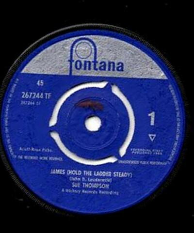 ・アーティスト Sue Thompson ・タイトル James (Hold The Ladder Steady) ・レーベル・型番 Fontana 267244TF ・フォーマット 7インチレコード ・コンディション(盤) 良い (VG+) ・コンディション(ジャケット) プレインカバー（元ジャケット／カバー無し） ・コンディション(帯) オビなし ・特記事項 【レーベルに染み】【盤に小さいキズ】【Company Sleeve】 サンプル画像です。実際の商品の画像ではありません 商品写真はバーコード/カタログ番号に対応したサンプル画像ですので、お送りする商品の画像ではありません。帯やライナーなどの付属品は、特記事項に記載されている場合のみ含まれます。プロモやカラーレコードなどの仕様についても、該当する場合のみ特記事項に記載しています。 【ご購入前に必ずご確認ください】 ・本店サイト(www.recordcity.jp)とは価格、送料が違います ・本店サイト、その他支店のオーダーとは同梱発送できません ・注文確定後に別の注文を頂いた場合、注文同士の同梱は致しかねます。 ・別倉庫から発送しているため、店頭受け渡しは対応しておりません ・一部商品は他の通販サイトでも販売しているため、ご注文のタイミングによっては商品のご用意ができない場合がございます。 ・土日祝日はお休みです 金曜・祝前日9時以降のご連絡またはご入金は、返答または発送が週明け・祝日明けに順次対応となります。 ・ご購入後のキャンセル不可 ご購入後のキャンセルはいかなる理由においてもお受けできません。ご了承の上、ご購入くださいませ。 ・日本郵便(ゆうパック/ゆうメール)によるお届けになります。 ・中古品であることをご理解ください 当ストアでは中古商品を主に販売しております。中古品であることをご理解の上ご購入ください。また、一部商品はRecordCityオンラインストアで試聴可能です。 ・返品について お客様のご都合による返品は一切承っておりません。 表記の内容と実際の商品に相違がある場合、また針飛び等で返品・返金をご希望される場合は、商品の到着後1週間以内にご連絡ください。商品の返送をこちらで確認後、キャンセル・返金を行います。 コンディションVG以下の商品は返品できません。プレイに影響のない表面のこすれ傷、プレス起因のノイズ盤は返品の対象外です。 【コンディション表記】 ・ほぼ新品(M-)(Like New) 完全な新品。未使用。当店ではほぼ使用しません ・非常に良い(EX)(Excellent) 中古盤として美品な状態。わずかな経年を感じるものの傷みを感じさせない、当店基準で最高の状態 ・良い(VG+)(Very Good Plus) 丁寧に扱われた中古品で、軽い使用感がみられる。 ・可(VG)(Acceptable) 使い込まれた中古品で、「良い」よりもさらに使用感がみられる。 ・悪い(VG-)(Bad) 状態が悪いアイテム。使用の保障はなく、再生不可、針飛び、目立つノイズがあるかもしれない。状態によるクレーム不可。返品不可。 ・非常に悪い(G)(Very Bad) 「悪い」よりさらに状態が悪いアイテム。使用の保障はなく、再生不可、針飛び、目立つノイズがあるかもしれない。状態によるクレーム不可。返品不可。 ・ジャンク(Fair)(Junk/Fair) 割れている、反っている、水ダメージがある、カビ、ジャケットが分離している、ひどい書き込み、ひどい擦れなど最低の状態。使用の保障はなく、再生不可、針飛び、目立つノイズがあるかもしれない。状態によるクレーム不可。返品不可。 ・ジャンク(Poor)(Junk/Poor) 割れている、反っている、水ダメージがある、カビ、ジャケットが分離している、ひどい書き込み、ひどい擦れなど最低の状態。使用の保障はなく、再生不可、針飛び、目立つノイズがあるかもしれない。状態によるクレーム不可。返品不可。