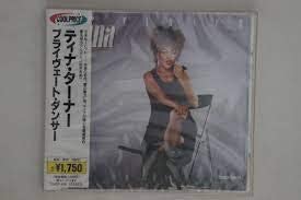 ・アーティスト Tina Turner ・タイトル Private Dancer ・レーベル・型番 TOSHIBA EMI TOCP3151 ・フォーマット CD ・コンディション(盤) 可 (VG) ・コンディション(ジャケット) ・コンディション(帯) オビあり ・特記事項 【帯付き】 【ケース擦れ】【盤に小さいキズ】 サンプル画像です。実際の商品の画像ではありません 商品写真はバーコード/カタログ番号に対応したサンプル画像ですので、お送りする商品の画像ではありません。帯やライナーなどの付属品は、特記事項に記載されている場合のみ含まれます。プロモやカラーレコードなどの仕様についても、該当する場合のみ特記事項に記載しています。 【ご購入前に必ずご確認ください】 ・本店サイト(www.recordcity.jp)とは価格、送料が違います ・本店サイト、その他支店のオーダーとは同梱発送できません ・注文確定後に別の注文を頂いた場合、注文同士の同梱は致しかねます。 ・別倉庫から発送しているため、店頭受け渡しは対応しておりません ・一部商品は他の通販サイトでも販売しているため、ご注文のタイミングによっては商品のご用意ができない場合がございます。 ・土日祝日はお休みです 金曜・祝前日9時以降のご連絡またはご入金は、返答または発送が週明け・祝日明けに順次対応となります。 ・ご購入後のキャンセル不可 ご購入後のキャンセルはいかなる理由においてもお受けできません。ご了承の上、ご購入くださいませ。 ・日本郵便(ゆうパック/ゆうメール)によるお届けになります。 ・中古品であることをご理解ください 当ストアでは中古商品を主に販売しております。中古品であることをご理解の上ご購入ください。また、一部商品はRecordCityオンラインストアで試聴可能です。 ・返品について お客様のご都合による返品は一切承っておりません。 表記の内容と実際の商品に相違がある場合、また針飛び等で返品・返金をご希望される場合は、商品の到着後1週間以内にご連絡ください。商品の返送をこちらで確認後、キャンセル・返金を行います。 コンディションVG以下の商品は返品できません。プレイに影響のない表面のこすれ傷、プレス起因のノイズ盤は返品の対象外です。 【コンディション表記】 ・ほぼ新品(M-)(Like New) 完全な新品。未使用。当店ではほぼ使用しません ・非常に良い(EX)(Excellent) 中古盤として美品な状態。わずかな経年を感じるものの傷みを感じさせない、当店基準で最高の状態 ・良い(VG+)(Very Good Plus) 丁寧に扱われた中古品で、軽い使用感がみられる。 ・可(VG)(Acceptable) 使い込まれた中古品で、「良い」よりもさらに使用感がみられる。 ・悪い(VG-)(Bad) 状態が悪いアイテム。使用の保障はなく、再生不可、針飛び、目立つノイズがあるかもしれない。状態によるクレーム不可。返品不可。 ・非常に悪い(G)(Very Bad) 「悪い」よりさらに状態が悪いアイテム。使用の保障はなく、再生不可、針飛び、目立つノイズがあるかもしれない。状態によるクレーム不可。返品不可。 ・ジャンク(Fair)(Junk/Fair) 割れている、反っている、水ダメージがある、カビ、ジャケットが分離している、ひどい書き込み、ひどい擦れなど最低の状態。使用の保障はなく、再生不可、針飛び、目立つノイズがあるかもしれない。状態によるクレーム不可。返品不可。 ・ジャンク(Poor)(Junk/Poor) 割れている、反っている、水ダメージがある、カビ、ジャケットが分離している、ひどい書き込み、ひどい擦れなど最低の状態。使用の保障はなく、再生不可、針飛び、目立つノイズがあるかもしれない。状態によるクレーム不可。返品不可。