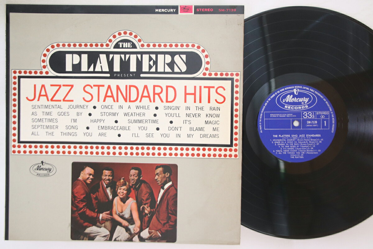 ・アーティスト Platters ・タイトル Platters Sing Jazz Standards ・レーベル・型番 MERCURY SM7139 ・フォーマット LPレコード ・コンディション(盤) 良い (VG+) ・コンディション(ジャケット) 良い (VG+) ・コンディション(帯) オビなし ・特記事項 実際に発送される商品の画像です 【ご購入前に必ずご確認ください】 ・本店サイト(www.recordcity.jp)とは価格、送料が違います ・本店サイト、その他支店のオーダーとは同梱発送できません ・注文確定後に別の注文を頂いた場合、注文同士の同梱は致しかねます。 ・別倉庫から発送しているため、店頭受け渡しは対応しておりません ・一部商品は他の通販サイトでも販売しているため、ご注文のタイミングによっては商品のご用意ができない場合がございます。 ・土日祝日はお休みです 金曜・祝前日9時以降のご連絡またはご入金は、返答または発送が週明け・祝日明けに順次対応となります。 ・ご購入後のキャンセル不可 ご購入後のキャンセルはいかなる理由においてもお受けできません。ご了承の上、ご購入くださいませ。 ・日本郵便(ゆうパック/ゆうメール)によるお届けになります。 ・中古品であることをご理解ください 当ストアでは中古商品を主に販売しております。中古品であることをご理解の上ご購入ください。また、一部商品はRecordCityオンラインストアで試聴可能です。 ・返品について お客様のご都合による返品は一切承っておりません。 表記の内容と実際の商品に相違がある場合、また針飛び等で返品・返金をご希望される場合は、商品の到着後1週間以内にご連絡ください。商品の返送をこちらで確認後、キャンセル・返金を行います。 コンディションVG以下の商品は返品できません。プレイに影響のない表面のこすれ傷、プレス起因のノイズ盤は返品の対象外です。 【コンディション表記】 ・ほぼ新品(M-)(Like New) 完全な新品。未使用。当店ではほぼ使用しません ・非常に良い(EX)(Excellent) 中古盤として美品な状態。わずかな経年を感じるものの傷みを感じさせない、当店基準で最高の状態 ・良い(VG+)(Very Good Plus) 丁寧に扱われた中古品で、軽い使用感がみられる。 ・可(VG)(Acceptable) 使い込まれた中古品で、「良い」よりもさらに使用感がみられる。 ・悪い(VG-)(Bad) 状態が悪いアイテム。使用の保障はなく、再生不可、針飛び、目立つノイズがあるかもしれない。状態によるクレーム不可。返品不可。 ・非常に悪い(G)(Very Bad) 「悪い」よりさらに状態が悪いアイテム。使用の保障はなく、再生不可、針飛び、目立つノイズがあるかもしれない。状態によるクレーム不可。返品不可。 ・ジャンク(Fair)(Junk/Fair) 割れている、反っている、水ダメージがある、カビ、ジャケットが分離している、ひどい書き込み、ひどい擦れなど最低の状態。使用の保障はなく、再生不可、針飛び、目立つノイズがあるかもしれない。状態によるクレーム不可。返品不可。 ・ジャンク(Poor)(Junk/Poor) 割れている、反っている、水ダメージがある、カビ、ジャケットが分離している、ひどい書き込み、ひどい擦れなど最低の状態。使用の保障はなく、再生不可、針飛び、目立つノイズがあるかもしれない。状態によるクレーム不可。返品不可。