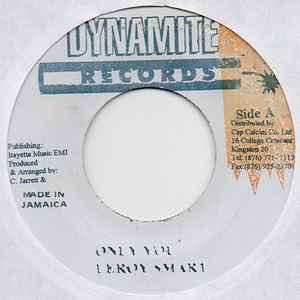 ・アーティスト Leroy Smart ・タイトル Only You ・レーベル・型番 Dynamite Records (2) NONE ・フォーマット 7インチレコード ・コンディション(盤) 良い (VG+) ・コンディション(ジャケット) ・コンディション(帯) オビなし ・特記事項 【レーベルにシール付着】 サンプル画像です。実際の商品の画像ではありません 商品写真はバーコード/カタログ番号に対応したサンプル画像ですので、お送りする商品の画像ではありません。帯やライナーなどの付属品は、特記事項に記載されている場合のみ含まれます。プロモやカラーレコードなどの仕様についても、該当する場合のみ特記事項に記載しています。 【ご購入前に必ずご確認ください】 ・本店サイト(www.recordcity.jp)とは価格、送料が違います ・本店サイト、その他支店のオーダーとは同梱発送できません ・注文確定後に別の注文を頂いた場合、注文同士の同梱は致しかねます。 ・別倉庫から発送しているため、店頭受け渡しは対応しておりません ・一部商品は他の通販サイトでも販売しているため、ご注文のタイミングによっては商品のご用意ができない場合がございます。 ・土日祝日はお休みです 金曜・祝前日9時以降のご連絡またはご入金は、返答または発送が週明け・祝日明けに順次対応となります。 ・ご購入後のキャンセル不可 ご購入後のキャンセルはいかなる理由においてもお受けできません。ご了承の上、ご購入くださいませ。 ・日本郵便(ゆうパック/ゆうメール)によるお届けになります。 ・中古品であることをご理解ください 当ストアでは中古商品を主に販売しております。中古品であることをご理解の上ご購入ください。また、一部商品はRecordCityオンラインストアで試聴可能です。 ・返品について お客様のご都合による返品は一切承っておりません。 表記の内容と実際の商品に相違がある場合、また針飛び等で返品・返金をご希望される場合は、商品の到着後1週間以内にご連絡ください。商品の返送をこちらで確認後、キャンセル・返金を行います。 コンディションVG以下の商品は返品できません。プレイに影響のない表面のこすれ傷、プレス起因のノイズ盤は返品の対象外です。 【コンディション表記】 ・ほぼ新品(M-)(Like New) 完全な新品。未使用。当店ではほぼ使用しません ・非常に良い(EX)(Excellent) 中古盤として美品な状態。わずかな経年を感じるものの傷みを感じさせない、当店基準で最高の状態 ・良い(VG+)(Very Good Plus) 丁寧に扱われた中古品で、軽い使用感がみられる。 ・可(VG)(Acceptable) 使い込まれた中古品で、「良い」よりもさらに使用感がみられる。 ・悪い(VG-)(Bad) 状態が悪いアイテム。使用の保障はなく、再生不可、針飛び、目立つノイズがあるかもしれない。状態によるクレーム不可。返品不可。 ・非常に悪い(G)(Very Bad) 「悪い」よりさらに状態が悪いアイテム。使用の保障はなく、再生不可、針飛び、目立つノイズがあるかもしれない。状態によるクレーム不可。返品不可。 ・ジャンク(Fair)(Junk/Fair) 割れている、反っている、水ダメージがある、カビ、ジャケットが分離している、ひどい書き込み、ひどい擦れなど最低の状態。使用の保障はなく、再生不可、針飛び、目立つノイズがあるかもしれない。状態によるクレーム不可。返品不可。 ・ジャンク(Poor)(Junk/Poor) 割れている、反っている、水ダメージがある、カビ、ジャケットが分離している、ひどい書き込み、ひどい擦れなど最低の状態。使用の保障はなく、再生不可、針飛び、目立つノイズがあるかもしれない。状態によるクレーム不可。返品不可。