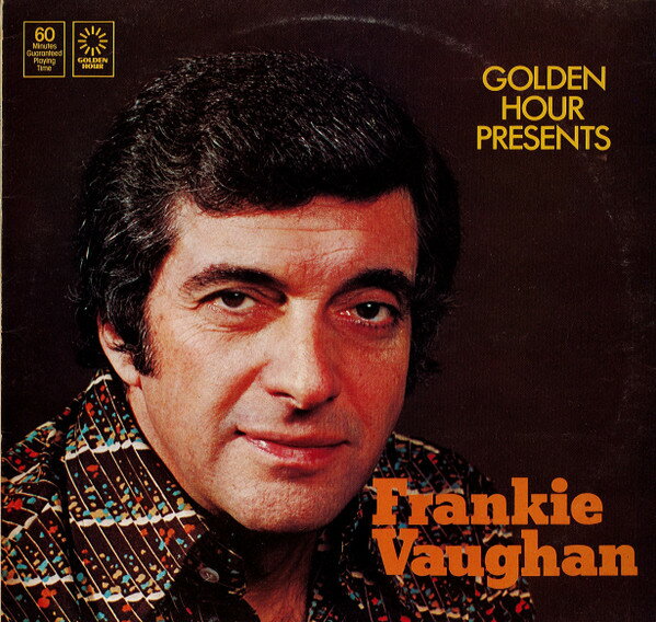・アーティスト Frankie Vaughan ・タイトル Golden Hour Presents Frankie Vaughan ・レーベル・型番 Golden Hour GH661 ・フォーマット LPレコード ・コンディション(盤) 非常に良い(EX) ・コンディション(ジャケット) 良い (VG+) ・コンディション(帯) オビなし ・特記事項 【カバーにリングウェア】【カバーに目立つ染み】 サンプル画像です。実際の商品の画像ではありません 商品写真はバーコード/カタログ番号に対応したサンプル画像ですので、お送りする商品の画像ではありません。帯やライナーなどの付属品は、特記事項に記載されている場合のみ含まれます。プロモやカラーレコードなどの仕様についても、該当する場合のみ特記事項に記載しています。 【ご購入前に必ずご確認ください】 ・本店サイト(www.recordcity.jp)とは価格、送料が違います ・本店サイト、その他支店のオーダーとは同梱発送できません ・注文確定後に別の注文を頂いた場合、注文同士の同梱は致しかねます。 ・別倉庫から発送しているため、店頭受け渡しは対応しておりません ・一部商品は他の通販サイトでも販売しているため、ご注文のタイミングによっては商品のご用意ができない場合がございます。 ・土日祝日はお休みです 金曜・祝前日9時以降のご連絡またはご入金は、返答または発送が週明け・祝日明けに順次対応となります。 ・ご購入後のキャンセル不可 ご購入後のキャンセルはいかなる理由においてもお受けできません。ご了承の上、ご購入くださいませ。 ・日本郵便(ゆうパック/ゆうメール)によるお届けになります。 ・中古品であることをご理解ください 当ストアでは中古商品を主に販売しております。中古品であることをご理解の上ご購入ください。また、一部商品はRecordCityオンラインストアで試聴可能です。 ・返品について お客様のご都合による返品は一切承っておりません。 表記の内容と実際の商品に相違がある場合、また針飛び等で返品・返金をご希望される場合は、商品の到着後1週間以内にご連絡ください。商品の返送をこちらで確認後、キャンセル・返金を行います。 コンディションVG以下の商品は返品できません。プレイに影響のない表面のこすれ傷、プレス起因のノイズ盤は返品の対象外です。 【コンディション表記】 ・ほぼ新品(M-)(Like New) 完全な新品。未使用。当店ではほぼ使用しません ・非常に良い(EX)(Excellent) 中古盤として美品な状態。わずかな経年を感じるものの傷みを感じさせない、当店基準で最高の状態 ・良い(VG+)(Very Good Plus) 丁寧に扱われた中古品で、軽い使用感がみられる。 ・可(VG)(Acceptable) 使い込まれた中古品で、「良い」よりもさらに使用感がみられる。 ・悪い(VG-)(Bad) 状態が悪いアイテム。使用の保障はなく、再生不可、針飛び、目立つノイズがあるかもしれない。状態によるクレーム不可。返品不可。 ・非常に悪い(G)(Very Bad) 「悪い」よりさらに状態が悪いアイテム。使用の保障はなく、再生不可、針飛び、目立つノイズがあるかもしれない。状態によるクレーム不可。返品不可。 ・ジャンク(Fair)(Junk/Fair) 割れている、反っている、水ダメージがある、カビ、ジャケットが分離している、ひどい書き込み、ひどい擦れなど最低の状態。使用の保障はなく、再生不可、針飛び、目立つノイズがあるかもしれない。状態によるクレーム不可。返品不可。 ・ジャンク(Poor)(Junk/Poor) 割れている、反っている、水ダメージがある、カビ、ジャケットが分離している、ひどい書き込み、ひどい擦れなど最低の状態。使用の保障はなく、再生不可、針飛び、目立つノイズがあるかもしれない。状態によるクレーム不可。返品不可。