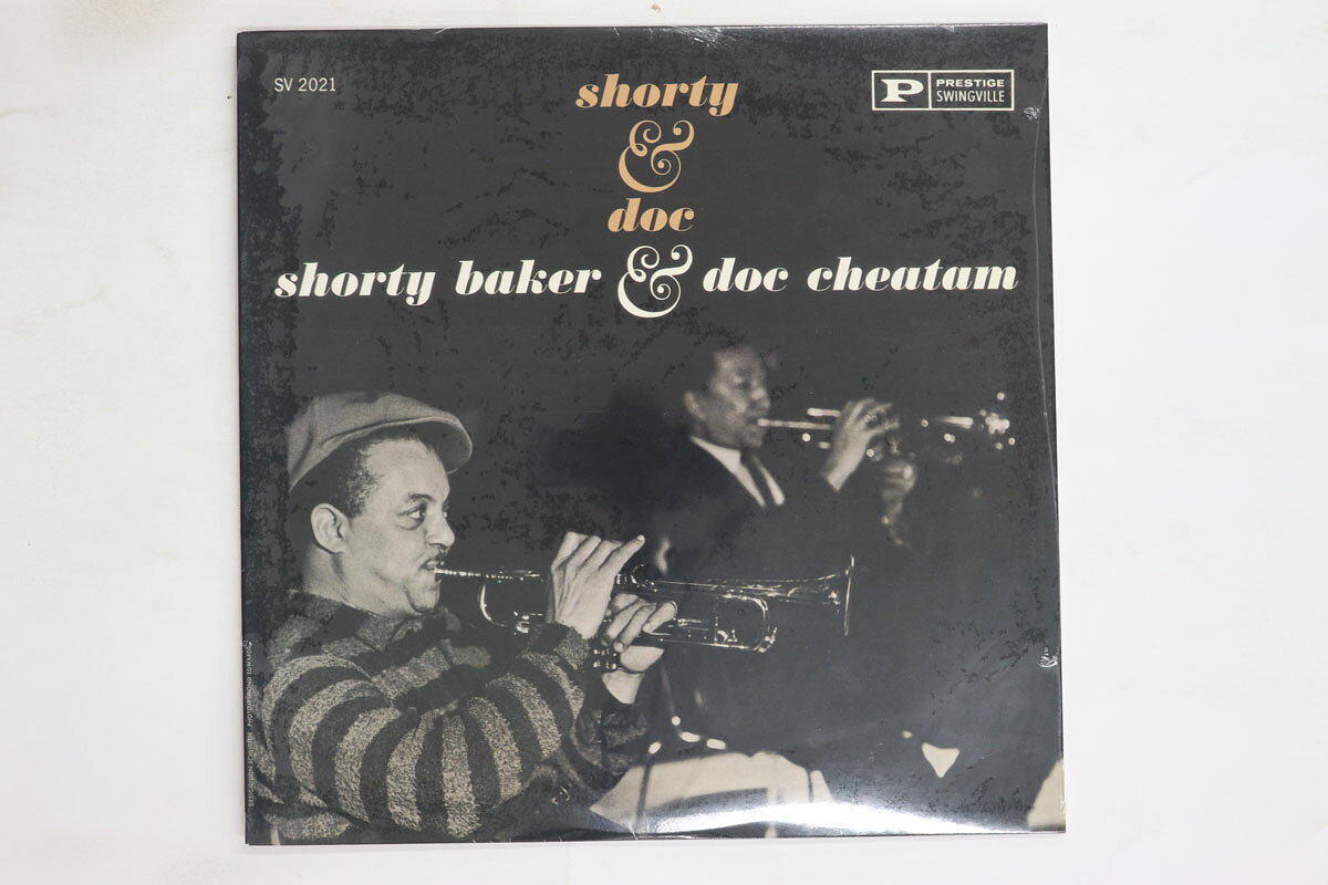 ・アーティスト Shorty Baker, Doc Cheatham ・タイトル Shorty & Doc ・レーベル・型番 SRESTIGE SWINGVILLE SV2021 ・フォーマット LPレコード ・コンディション(盤) ほぼ新品 (M-) ・コンディション(ジャケット) ほぼ新品 (M-) ・コンディション(帯) オビなし ・特記事項 【未開封】 実際に発送される商品の画像です 【ご購入前に必ずご確認ください】 ・本店サイト(www.recordcity.jp)とは価格、送料が違います ・本店サイト、その他支店のオーダーとは同梱発送できません ・注文確定後に別の注文を頂いた場合、注文同士の同梱は致しかねます。 ・別倉庫から発送しているため、店頭受け渡しは対応しておりません ・一部商品は他の通販サイトでも販売しているため、ご注文のタイミングによっては商品のご用意ができない場合がございます。 ・土日祝日はお休みです 金曜・祝前日9時以降のご連絡またはご入金は、返答または発送が週明け・祝日明けに順次対応となります。 ・ご購入後のキャンセル不可 ご購入後のキャンセルはいかなる理由においてもお受けできません。ご了承の上、ご購入くださいませ。 ・日本郵便(ゆうパック/ゆうメール)によるお届けになります。 ・中古品であることをご理解ください 当ストアでは中古商品を主に販売しております。中古品であることをご理解の上ご購入ください。また、一部商品はRecordCityオンラインストアで試聴可能です。 ・返品について お客様のご都合による返品は一切承っておりません。 表記の内容と実際の商品に相違がある場合、また針飛び等で返品・返金をご希望される場合は、商品の到着後1週間以内にご連絡ください。商品の返送をこちらで確認後、キャンセル・返金を行います。 コンディションVG以下の商品は返品できません。プレイに影響のない表面のこすれ傷、プレス起因のノイズ盤は返品の対象外です。 【コンディション表記】 ・ほぼ新品(M-)(Like New) 完全な新品。未使用。当店ではほぼ使用しません ・非常に良い(EX)(Excellent) 中古盤として美品な状態。わずかな経年を感じるものの傷みを感じさせない、当店基準で最高の状態 ・良い(VG+)(Very Good Plus) 丁寧に扱われた中古品で、軽い使用感がみられる。 ・可(VG)(Acceptable) 使い込まれた中古品で、「良い」よりもさらに使用感がみられる。 ・悪い(VG-)(Bad) 状態が悪いアイテム。使用の保障はなく、再生不可、針飛び、目立つノイズがあるかもしれない。状態によるクレーム不可。返品不可。 ・非常に悪い(G)(Very Bad) 「悪い」よりさらに状態が悪いアイテム。使用の保障はなく、再生不可、針飛び、目立つノイズがあるかもしれない。状態によるクレーム不可。返品不可。 ・ジャンク(Fair)(Junk/Fair) 割れている、反っている、水ダメージがある、カビ、ジャケットが分離している、ひどい書き込み、ひどい擦れなど最低の状態。使用の保障はなく、再生不可、針飛び、目立つノイズがあるかもしれない。状態によるクレーム不可。返品不可。 ・ジャンク(Poor)(Junk/Poor) 割れている、反っている、水ダメージがある、カビ、ジャケットが分離している、ひどい書き込み、ひどい擦れなど最低の状態。使用の保障はなく、再生不可、針飛び、目立つノイズがあるかもしれない。状態によるクレーム不可。返品不可。