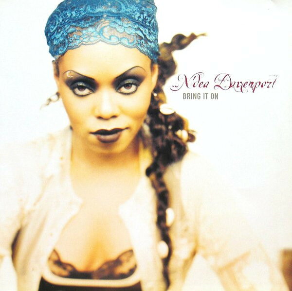 ・アーティスト N'Dea Davenport ・タイトル Bring It On ・レーベル・型番 V2 VVR5002036 ・フォーマット 12インチレコード ・コンディション(盤) 良い (VG+) ・コンディション(ジャケット) 良い (VG+) ・コンディション(帯) オビなし ・特記事項 【盤に目立ったキズ】【カバー破れ】 サンプル画像です。実際の商品の画像ではありません 商品写真はバーコード/カタログ番号に対応したサンプル画像ですので、お送りする商品の画像ではありません。帯やライナーなどの付属品は、特記事項に記載されている場合のみ含まれます。プロモやカラーレコードなどの仕様についても、該当する場合のみ特記事項に記載しています。 【ご購入前に必ずご確認ください】 ・本店サイト(www.recordcity.jp)とは価格、送料が違います ・本店サイト、その他支店のオーダーとは同梱発送できません ・注文確定後に別の注文を頂いた場合、注文同士の同梱は致しかねます。 ・別倉庫から発送しているため、店頭受け渡しは対応しておりません ・一部商品は他の通販サイトでも販売しているため、ご注文のタイミングによっては商品のご用意ができない場合がございます。 ・土日祝日はお休みです 金曜・祝前日9時以降のご連絡またはご入金は、返答または発送が週明け・祝日明けに順次対応となります。 ・ご購入後のキャンセル不可 ご購入後のキャンセルはいかなる理由においてもお受けできません。ご了承の上、ご購入くださいませ。 ・日本郵便(ゆうパック/ゆうメール)によるお届けになります。 ・中古品であることをご理解ください 当ストアでは中古商品を主に販売しております。中古品であることをご理解の上ご購入ください。また、一部商品はRecordCityオンラインストアで試聴可能です。 ・返品について お客様のご都合による返品は一切承っておりません。 表記の内容と実際の商品に相違がある場合、また針飛び等で返品・返金をご希望される場合は、商品の到着後1週間以内にご連絡ください。商品の返送をこちらで確認後、キャンセル・返金を行います。 コンディションVG以下の商品は返品できません。プレイに影響のない表面のこすれ傷、プレス起因のノイズ盤は返品の対象外です。 【コンディション表記】 ・ほぼ新品(M-)(Like New) 完全な新品。未使用。当店ではほぼ使用しません ・非常に良い(EX)(Excellent) 中古盤として美品な状態。わずかな経年を感じるものの傷みを感じさせない、当店基準で最高の状態 ・良い(VG+)(Very Good Plus) 丁寧に扱われた中古品で、軽い使用感がみられる。 ・可(VG)(Acceptable) 使い込まれた中古品で、「良い」よりもさらに使用感がみられる。 ・悪い(VG-)(Bad) 状態が悪いアイテム。使用の保障はなく、再生不可、針飛び、目立つノイズがあるかもしれない。状態によるクレーム不可。返品不可。 ・非常に悪い(G)(Very Bad) 「悪い」よりさらに状態が悪いアイテム。使用の保障はなく、再生不可、針飛び、目立つノイズがあるかもしれない。状態によるクレーム不可。返品不可。 ・ジャンク(Fair)(Junk/Fair) 割れている、反っている、水ダメージがある、カビ、ジャケットが分離している、ひどい書き込み、ひどい擦れなど最低の状態。使用の保障はなく、再生不可、針飛び、目立つノイズがあるかもしれない。状態によるクレーム不可。返品不可。 ・ジャンク(Poor)(Junk/Poor) 割れている、反っている、水ダメージがある、カビ、ジャケットが分離している、ひどい書き込み、ひどい擦れなど最低の状態。使用の保障はなく、再生不可、針飛び、目立つノイズがあるかもしれない。状態によるクレーム不可。返品不可。