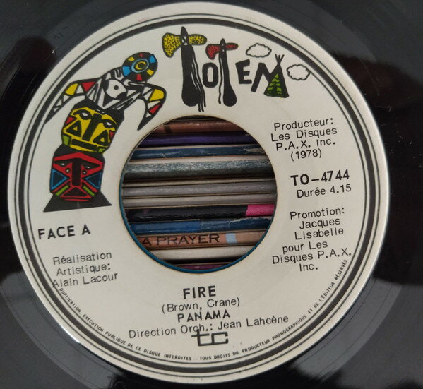 ・アーティスト Panama ・タイトル Fire ・レーベル・型番 Totem TO4744 ・フォーマット 7インチレコード ・コンディション(盤) 良い (VG+) ・コンディション(ジャケット) プレインカバー（元ジャケット／カバー無し） ・コンディション(帯) オビなし ・特記事項 【レーベルに書き込み】 サンプル画像です。実際の商品の画像ではありません 商品写真はバーコード/カタログ番号に対応したサンプル画像ですので、お送りする商品の画像ではありません。帯やライナーなどの付属品は、特記事項に記載されている場合のみ含まれます。プロモやカラーレコードなどの仕様についても、該当する場合のみ特記事項に記載しています。 【ご購入前に必ずご確認ください】 ・本店サイト(www.recordcity.jp)とは価格、送料が違います ・本店サイト、その他支店のオーダーとは同梱発送できません ・注文確定後に別の注文を頂いた場合、注文同士の同梱は致しかねます。 ・別倉庫から発送しているため、店頭受け渡しは対応しておりません ・一部商品は他の通販サイトでも販売しているため、ご注文のタイミングによっては商品のご用意ができない場合がございます。 ・土日祝日はお休みです 金曜・祝前日9時以降のご連絡またはご入金は、返答または発送が週明け・祝日明けに順次対応となります。 ・ご購入後のキャンセル不可 ご購入後のキャンセルはいかなる理由においてもお受けできません。ご了承の上、ご購入くださいませ。 ・日本郵便(ゆうパック/ゆうメール)によるお届けになります。 ・中古品であることをご理解ください 当ストアでは中古商品を主に販売しております。中古品であることをご理解の上ご購入ください。また、一部商品はRecordCityオンラインストアで試聴可能です。 ・返品について お客様のご都合による返品は一切承っておりません。 表記の内容と実際の商品に相違がある場合、また針飛び等で返品・返金をご希望される場合は、商品の到着後1週間以内にご連絡ください。商品の返送をこちらで確認後、キャンセル・返金を行います。 コンディションVG以下の商品は返品できません。プレイに影響のない表面のこすれ傷、プレス起因のノイズ盤は返品の対象外です。 【コンディション表記】 ・ほぼ新品(M-)(Like New) 完全な新品。未使用。当店ではほぼ使用しません ・非常に良い(EX)(Excellent) 中古盤として美品な状態。わずかな経年を感じるものの傷みを感じさせない、当店基準で最高の状態 ・良い(VG+)(Very Good Plus) 丁寧に扱われた中古品で、軽い使用感がみられる。 ・可(VG)(Acceptable) 使い込まれた中古品で、「良い」よりもさらに使用感がみられる。 ・悪い(VG-)(Bad) 状態が悪いアイテム。使用の保障はなく、再生不可、針飛び、目立つノイズがあるかもしれない。状態によるクレーム不可。返品不可。 ・非常に悪い(G)(Very Bad) 「悪い」よりさらに状態が悪いアイテム。使用の保障はなく、再生不可、針飛び、目立つノイズがあるかもしれない。状態によるクレーム不可。返品不可。 ・ジャンク(Fair)(Junk/Fair) 割れている、反っている、水ダメージがある、カビ、ジャケットが分離している、ひどい書き込み、ひどい擦れなど最低の状態。使用の保障はなく、再生不可、針飛び、目立つノイズがあるかもしれない。状態によるクレーム不可。返品不可。 ・ジャンク(Poor)(Junk/Poor) 割れている、反っている、水ダメージがある、カビ、ジャケットが分離している、ひどい書き込み、ひどい擦れなど最低の状態。使用の保障はなく、再生不可、針飛び、目立つノイズがあるかもしれない。状態によるクレーム不可。返品不可。