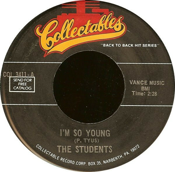 ・アーティスト Students / Re-Vels ・タイトル I'm So Young / False Alarm ・レーベル・型番 Collectables COL3411 ・フォーマット 7インチレコード ・コンディション(盤) 良い (VG+) ・コンディション(ジャケット) プレインカバー（元ジャケット／カバー無し） ・コンディション(帯) オビなし ・特記事項 サンプル画像です。実際の商品の画像ではありません 商品写真はバーコード/カタログ番号に対応したサンプル画像ですので、お送りする商品の画像ではありません。帯やライナーなどの付属品は、特記事項に記載されている場合のみ含まれます。プロモやカラーレコードなどの仕様についても、該当する場合のみ特記事項に記載しています。 【ご購入前に必ずご確認ください】 ・本店サイト(www.recordcity.jp)とは価格、送料が違います ・本店サイト、その他支店のオーダーとは同梱発送できません ・注文確定後に別の注文を頂いた場合、注文同士の同梱は致しかねます。 ・別倉庫から発送しているため、店頭受け渡しは対応しておりません ・一部商品は他の通販サイトでも販売しているため、ご注文のタイミングによっては商品のご用意ができない場合がございます。 ・土日祝日はお休みです 金曜・祝前日9時以降のご連絡またはご入金は、返答または発送が週明け・祝日明けに順次対応となります。 ・ご購入後のキャンセル不可 ご購入後のキャンセルはいかなる理由においてもお受けできません。ご了承の上、ご購入くださいませ。 ・日本郵便(ゆうパック/ゆうメール)によるお届けになります。 ・中古品であることをご理解ください 当ストアでは中古商品を主に販売しております。中古品であることをご理解の上ご購入ください。また、一部商品はRecordCityオンラインストアで試聴可能です。 ・返品について お客様のご都合による返品は一切承っておりません。 表記の内容と実際の商品に相違がある場合、また針飛び等で返品・返金をご希望される場合は、商品の到着後1週間以内にご連絡ください。商品の返送をこちらで確認後、キャンセル・返金を行います。 コンディションVG以下の商品は返品できません。プレイに影響のない表面のこすれ傷、プレス起因のノイズ盤は返品の対象外です。 【コンディション表記】 ・ほぼ新品(M-)(Like New) 完全な新品。未使用。当店ではほぼ使用しません ・非常に良い(EX)(Excellent) 中古盤として美品な状態。わずかな経年を感じるものの傷みを感じさせない、当店基準で最高の状態 ・良い(VG+)(Very Good Plus) 丁寧に扱われた中古品で、軽い使用感がみられる。 ・可(VG)(Acceptable) 使い込まれた中古品で、「良い」よりもさらに使用感がみられる。 ・悪い(VG-)(Bad) 状態が悪いアイテム。使用の保障はなく、再生不可、針飛び、目立つノイズがあるかもしれない。状態によるクレーム不可。返品不可。 ・非常に悪い(G)(Very Bad) 「悪い」よりさらに状態が悪いアイテム。使用の保障はなく、再生不可、針飛び、目立つノイズがあるかもしれない。状態によるクレーム不可。返品不可。 ・ジャンク(Fair)(Junk/Fair) 割れている、反っている、水ダメージがある、カビ、ジャケットが分離している、ひどい書き込み、ひどい擦れなど最低の状態。使用の保障はなく、再生不可、針飛び、目立つノイズがあるかもしれない。状態によるクレーム不可。返品不可。 ・ジャンク(Poor)(Junk/Poor) 割れている、反っている、水ダメージがある、カビ、ジャケットが分離している、ひどい書き込み、ひどい擦れなど最低の状態。使用の保障はなく、再生不可、針飛び、目立つノイズがあるかもしれない。状態によるクレーム不可。返品不可。