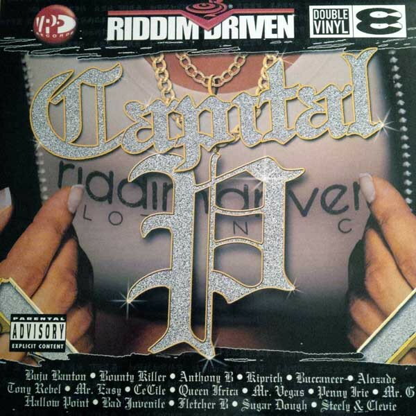 ・アーティスト Various ・タイトル Capital P ・レーベル・型番 VP Records VPRL2323 ・フォーマット 12インチレコード ・コンディション(盤) 良い (VG+) ・コンディション(ジャケット) 良い (VG+) ・コンディション(帯) オビなし ・特記事項 【カバーに軽い擦れ】【盤1枚のみ(Disc2)】 サンプル画像です。実際の商品の画像ではありません 商品写真はバーコード/カタログ番号に対応したサンプル画像ですので、お送りする商品の画像ではありません。帯やライナーなどの付属品は、特記事項に記載されている場合のみ含まれます。プロモやカラーレコードなどの仕様についても、該当する場合のみ特記事項に記載しています。 【ご購入前に必ずご確認ください】 ・本店サイト(www.recordcity.jp)とは価格、送料が違います ・本店サイト、その他支店のオーダーとは同梱発送できません ・注文確定後に別の注文を頂いた場合、注文同士の同梱は致しかねます。 ・別倉庫から発送しているため、店頭受け渡しは対応しておりません ・一部商品は他の通販サイトでも販売しているため、ご注文のタイミングによっては商品のご用意ができない場合がございます。 ・土日祝日はお休みです 金曜・祝前日9時以降のご連絡またはご入金は、返答または発送が週明け・祝日明けに順次対応となります。 ・ご購入後のキャンセル不可 ご購入後のキャンセルはいかなる理由においてもお受けできません。ご了承の上、ご購入くださいませ。 ・日本郵便(ゆうパック/ゆうメール)によるお届けになります。 ・中古品であることをご理解ください 当ストアでは中古商品を主に販売しております。中古品であることをご理解の上ご購入ください。また、一部商品はRecordCityオンラインストアで試聴可能です。 ・返品について お客様のご都合による返品は一切承っておりません。 表記の内容と実際の商品に相違がある場合、また針飛び等で返品・返金をご希望される場合は、商品の到着後1週間以内にご連絡ください。商品の返送をこちらで確認後、キャンセル・返金を行います。 コンディションVG以下の商品は返品できません。プレイに影響のない表面のこすれ傷、プレス起因のノイズ盤は返品の対象外です。 【コンディション表記】 ・ほぼ新品(M-)(Like New) 完全な新品。未使用。当店ではほぼ使用しません ・非常に良い(EX)(Excellent) 中古盤として美品な状態。わずかな経年を感じるものの傷みを感じさせない、当店基準で最高の状態 ・良い(VG+)(Very Good Plus) 丁寧に扱われた中古品で、軽い使用感がみられる。 ・可(VG)(Acceptable) 使い込まれた中古品で、「良い」よりもさらに使用感がみられる。 ・悪い(VG-)(Bad) 状態が悪いアイテム。使用の保障はなく、再生不可、針飛び、目立つノイズがあるかもしれない。状態によるクレーム不可。返品不可。 ・非常に悪い(G)(Very Bad) 「悪い」よりさらに状態が悪いアイテム。使用の保障はなく、再生不可、針飛び、目立つノイズがあるかもしれない。状態によるクレーム不可。返品不可。 ・ジャンク(Fair)(Junk/Fair) 割れている、反っている、水ダメージがある、カビ、ジャケットが分離している、ひどい書き込み、ひどい擦れなど最低の状態。使用の保障はなく、再生不可、針飛び、目立つノイズがあるかもしれない。状態によるクレーム不可。返品不可。 ・ジャンク(Poor)(Junk/Poor) 割れている、反っている、水ダメージがある、カビ、ジャケットが分離している、ひどい書き込み、ひどい擦れなど最低の状態。使用の保障はなく、再生不可、針飛び、目立つノイズがあるかもしれない。状態によるクレーム不可。返品不可。