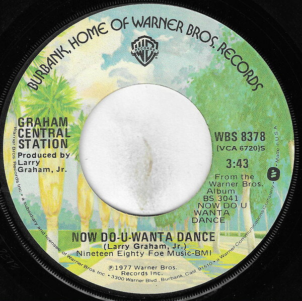 ・アーティスト Graham Central Station ・タイトル Now Do-U-Wanta Dance ・レーベル・型番 Warner Bros. Records WBS8378 ・フォーマット 7インチレコード ・コンディション(盤) 良い (VG+) ・コンディション(ジャケット) プレインカバー（元ジャケット／カバー無し） ・コンディション(帯) オビなし ・特記事項 サンプル画像です。実際の商品の画像ではありません 商品写真はバーコード/カタログ番号に対応したサンプル画像ですので、お送りする商品の画像ではありません。帯やライナーなどの付属品は、特記事項に記載されている場合のみ含まれます。プロモやカラーレコードなどの仕様についても、該当する場合のみ特記事項に記載しています。 【ご購入前に必ずご確認ください】 ・本店サイト(www.recordcity.jp)とは価格、送料が違います ・本店サイト、その他支店のオーダーとは同梱発送できません ・注文確定後に別の注文を頂いた場合、注文同士の同梱は致しかねます。 ・別倉庫から発送しているため、店頭受け渡しは対応しておりません ・一部商品は他の通販サイトでも販売しているため、ご注文のタイミングによっては商品のご用意ができない場合がございます。 ・土日祝日はお休みです 金曜・祝前日9時以降のご連絡またはご入金は、返答または発送が週明け・祝日明けに順次対応となります。 ・ご購入後のキャンセル不可 ご購入後のキャンセルはいかなる理由においてもお受けできません。ご了承の上、ご購入くださいませ。 ・日本郵便(ゆうパック/ゆうメール)によるお届けになります。 ・中古品であることをご理解ください 当ストアでは中古商品を主に販売しております。中古品であることをご理解の上ご購入ください。また、一部商品はRecordCityオンラインストアで試聴可能です。 ・返品について お客様のご都合による返品は一切承っておりません。 表記の内容と実際の商品に相違がある場合、また針飛び等で返品・返金をご希望される場合は、商品の到着後1週間以内にご連絡ください。商品の返送をこちらで確認後、キャンセル・返金を行います。 コンディションVG以下の商品は返品できません。プレイに影響のない表面のこすれ傷、プレス起因のノイズ盤は返品の対象外です。 【コンディション表記】 ・ほぼ新品(M-)(Like New) 完全な新品。未使用。当店ではほぼ使用しません ・非常に良い(EX)(Excellent) 中古盤として美品な状態。わずかな経年を感じるものの傷みを感じさせない、当店基準で最高の状態 ・良い(VG+)(Very Good Plus) 丁寧に扱われた中古品で、軽い使用感がみられる。 ・可(VG)(Acceptable) 使い込まれた中古品で、「良い」よりもさらに使用感がみられる。 ・悪い(VG-)(Bad) 状態が悪いアイテム。使用の保障はなく、再生不可、針飛び、目立つノイズがあるかもしれない。状態によるクレーム不可。返品不可。 ・非常に悪い(G)(Very Bad) 「悪い」よりさらに状態が悪いアイテム。使用の保障はなく、再生不可、針飛び、目立つノイズがあるかもしれない。状態によるクレーム不可。返品不可。 ・ジャンク(Fair)(Junk/Fair) 割れている、反っている、水ダメージがある、カビ、ジャケットが分離している、ひどい書き込み、ひどい擦れなど最低の状態。使用の保障はなく、再生不可、針飛び、目立つノイズがあるかもしれない。状態によるクレーム不可。返品不可。 ・ジャンク(Poor)(Junk/Poor) 割れている、反っている、水ダメージがある、カビ、ジャケットが分離している、ひどい書き込み、ひどい擦れなど最低の状態。使用の保障はなく、再生不可、針飛び、目立つノイズがあるかもしれない。状態によるクレーム不可。返品不可。