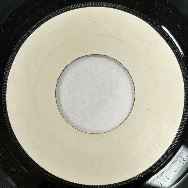 ・アーティスト Eugene Paul / The Mohawks ・タイトル Whole Lot Of Woman / Soul Flash ・レーベル・型番 Pama Supreme PS317PROMO ・フォーマット 7インチレコード ・コンディション(盤) 良い (VG+) ・コンディション(ジャケット) ・コンディション(帯) オビなし ・特記事項 【プロモ盤】 【Blank　label】 サンプル画像です。実際の商品の画像ではありません 商品写真はバーコード/カタログ番号に対応したサンプル画像ですので、お送りする商品の画像ではありません。帯やライナーなどの付属品は、特記事項に記載されている場合のみ含まれます。プロモやカラーレコードなどの仕様についても、該当する場合のみ特記事項に記載しています。 【ご購入前に必ずご確認ください】 ・本店サイト(www.recordcity.jp)とは価格、送料が違います ・本店サイト、その他支店のオーダーとは同梱発送できません ・注文確定後に別の注文を頂いた場合、注文同士の同梱は致しかねます。 ・別倉庫から発送しているため、店頭受け渡しは対応しておりません ・一部商品は他の通販サイトでも販売しているため、ご注文のタイミングによっては商品のご用意ができない場合がございます。 ・土日祝日はお休みです 金曜・祝前日9時以降のご連絡またはご入金は、返答または発送が週明け・祝日明けに順次対応となります。 ・ご購入後のキャンセル不可 ご購入後のキャンセルはいかなる理由においてもお受けできません。ご了承の上、ご購入くださいませ。 ・日本郵便(ゆうパック/ゆうメール)によるお届けになります。 ・中古品であることをご理解ください 当ストアでは中古商品を主に販売しております。中古品であることをご理解の上ご購入ください。また、一部商品はRecordCityオンラインストアで試聴可能です。 ・返品について お客様のご都合による返品は一切承っておりません。 表記の内容と実際の商品に相違がある場合、また針飛び等で返品・返金をご希望される場合は、商品の到着後1週間以内にご連絡ください。商品の返送をこちらで確認後、キャンセル・返金を行います。 コンディションVG以下の商品は返品できません。プレイに影響のない表面のこすれ傷、プレス起因のノイズ盤は返品の対象外です。 【コンディション表記】 ・ほぼ新品(M-)(Like New) 完全な新品。未使用。当店ではほぼ使用しません ・非常に良い(EX)(Excellent) 中古盤として美品な状態。わずかな経年を感じるものの傷みを感じさせない、当店基準で最高の状態 ・良い(VG+)(Very Good Plus) 丁寧に扱われた中古品で、軽い使用感がみられる。 ・可(VG)(Acceptable) 使い込まれた中古品で、「良い」よりもさらに使用感がみられる。 ・悪い(VG-)(Bad) 状態が悪いアイテム。使用の保障はなく、再生不可、針飛び、目立つノイズがあるかもしれない。状態によるクレーム不可。返品不可。 ・非常に悪い(G)(Very Bad) 「悪い」よりさらに状態が悪いアイテム。使用の保障はなく、再生不可、針飛び、目立つノイズがあるかもしれない。状態によるクレーム不可。返品不可。 ・ジャンク(Fair)(Junk/Fair) 割れている、反っている、水ダメージがある、カビ、ジャケットが分離している、ひどい書き込み、ひどい擦れなど最低の状態。使用の保障はなく、再生不可、針飛び、目立つノイズがあるかもしれない。状態によるクレーム不可。返品不可。 ・ジャンク(Poor)(Junk/Poor) 割れている、反っている、水ダメージがある、カビ、ジャケットが分離している、ひどい書き込み、ひどい擦れなど最低の状態。使用の保障はなく、再生不可、針飛び、目立つノイズがあるかもしれない。状態によるクレーム不可。返品不可。