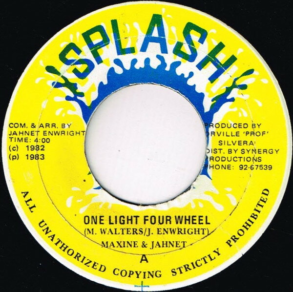 ・アーティスト Maxine Walters & Jahnet Enwright ・タイトル One Light Four Wheel ・レーベル・型番 Splash NONE ・フォーマット 7インチレコード ・コンディション(盤) 良い (VG+) ・コンディション(ジャケット) ・コンディション(帯) オビなし ・特記事項 【盤に短いヘアライン】【SLD/SEW】 サンプル画像です。実際の商品の画像ではありません 商品写真はバーコード/カタログ番号に対応したサンプル画像ですので、お送りする商品の画像ではありません。帯やライナーなどの付属品は、特記事項に記載されている場合のみ含まれます。プロモやカラーレコードなどの仕様についても、該当する場合のみ特記事項に記載しています。 【ご購入前に必ずご確認ください】 ・本店サイト(www.recordcity.jp)とは価格、送料が違います ・本店サイト、その他支店のオーダーとは同梱発送できません ・注文確定後に別の注文を頂いた場合、注文同士の同梱は致しかねます。 ・別倉庫から発送しているため、店頭受け渡しは対応しておりません ・一部商品は他の通販サイトでも販売しているため、ご注文のタイミングによっては商品のご用意ができない場合がございます。 ・土日祝日はお休みです 金曜・祝前日9時以降のご連絡またはご入金は、返答または発送が週明け・祝日明けに順次対応となります。 ・ご購入後のキャンセル不可 ご購入後のキャンセルはいかなる理由においてもお受けできません。ご了承の上、ご購入くださいませ。 ・日本郵便(ゆうパック/ゆうメール)によるお届けになります。 ・中古品であることをご理解ください 当ストアでは中古商品を主に販売しております。中古品であることをご理解の上ご購入ください。また、一部商品はRecordCityオンラインストアで試聴可能です。 ・返品について お客様のご都合による返品は一切承っておりません。 表記の内容と実際の商品に相違がある場合、また針飛び等で返品・返金をご希望される場合は、商品の到着後1週間以内にご連絡ください。商品の返送をこちらで確認後、キャンセル・返金を行います。 コンディションVG以下の商品は返品できません。プレイに影響のない表面のこすれ傷、プレス起因のノイズ盤は返品の対象外です。 【コンディション表記】 ・ほぼ新品(M-)(Like New) 完全な新品。未使用。当店ではほぼ使用しません ・非常に良い(EX)(Excellent) 中古盤として美品な状態。わずかな経年を感じるものの傷みを感じさせない、当店基準で最高の状態 ・良い(VG+)(Very Good Plus) 丁寧に扱われた中古品で、軽い使用感がみられる。 ・可(VG)(Acceptable) 使い込まれた中古品で、「良い」よりもさらに使用感がみられる。 ・悪い(VG-)(Bad) 状態が悪いアイテム。使用の保障はなく、再生不可、針飛び、目立つノイズがあるかもしれない。状態によるクレーム不可。返品不可。 ・非常に悪い(G)(Very Bad) 「悪い」よりさらに状態が悪いアイテム。使用の保障はなく、再生不可、針飛び、目立つノイズがあるかもしれない。状態によるクレーム不可。返品不可。 ・ジャンク(Fair)(Junk/Fair) 割れている、反っている、水ダメージがある、カビ、ジャケットが分離している、ひどい書き込み、ひどい擦れなど最低の状態。使用の保障はなく、再生不可、針飛び、目立つノイズがあるかもしれない。状態によるクレーム不可。返品不可。 ・ジャンク(Poor)(Junk/Poor) 割れている、反っている、水ダメージがある、カビ、ジャケットが分離している、ひどい書き込み、ひどい擦れなど最低の状態。使用の保障はなく、再生不可、針飛び、目立つノイズがあるかもしれない。状態によるクレーム不可。返品不可。