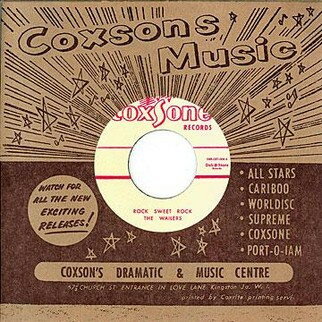 ・アーティスト Wailers ・タイトル Rock Sweet Rock ・レーベル・型番 ・フォーマット 7インチレコード ・コンディション(盤) 非常に良い(EX) ・コンディション(ジャケット) プレインカバー（元ジャケット／カバー無し） ・コンディション(帯) オビなし ・特記事項 サンプル画像です。実際の商品の画像ではありません 商品写真はバーコード/カタログ番号に対応したサンプル画像ですので、お送りする商品の画像ではありません。帯やライナーなどの付属品は、特記事項に記載されている場合のみ含まれます。プロモやカラーレコードなどの仕様についても、該当する場合のみ特記事項に記載しています。 【ご購入前に必ずご確認ください】 ・本店サイト(www.recordcity.jp)とは価格、送料が違います ・本店サイト、その他支店のオーダーとは同梱発送できません ・注文確定後に別の注文を頂いた場合、注文同士の同梱は致しかねます。 ・別倉庫から発送しているため、店頭受け渡しは対応しておりません ・一部商品は他の通販サイトでも販売しているため、ご注文のタイミングによっては商品のご用意ができない場合がございます。 ・土日祝日はお休みです 金曜・祝前日9時以降のご連絡またはご入金は、返答または発送が週明け・祝日明けに順次対応となります。 ・ご購入後のキャンセル不可 ご購入後のキャンセルはいかなる理由においてもお受けできません。ご了承の上、ご購入くださいませ。 ・日本郵便(ゆうパック/ゆうメール)によるお届けになります。 ・中古品であることをご理解ください 当ストアでは中古商品を主に販売しております。中古品であることをご理解の上ご購入ください。また、一部商品はRecordCityオンラインストアで試聴可能です。 ・返品について お客様のご都合による返品は一切承っておりません。 表記の内容と実際の商品に相違がある場合、また針飛び等で返品・返金をご希望される場合は、商品の到着後1週間以内にご連絡ください。商品の返送をこちらで確認後、キャンセル・返金を行います。 コンディションVG以下の商品は返品できません。プレイに影響のない表面のこすれ傷、プレス起因のノイズ盤は返品の対象外です。 【コンディション表記】 ・ほぼ新品(M-)(Like New) 完全な新品。未使用。当店ではほぼ使用しません ・非常に良い(EX)(Excellent) 中古盤として美品な状態。わずかな経年を感じるものの傷みを感じさせない、当店基準で最高の状態 ・良い(VG+)(Very Good Plus) 丁寧に扱われた中古品で、軽い使用感がみられる。 ・可(VG)(Acceptable) 使い込まれた中古品で、「良い」よりもさらに使用感がみられる。 ・悪い(VG-)(Bad) 状態が悪いアイテム。使用の保障はなく、再生不可、針飛び、目立つノイズがあるかもしれない。状態によるクレーム不可。返品不可。 ・非常に悪い(G)(Very Bad) 「悪い」よりさらに状態が悪いアイテム。使用の保障はなく、再生不可、針飛び、目立つノイズがあるかもしれない。状態によるクレーム不可。返品不可。 ・ジャンク(Fair)(Junk/Fair) 割れている、反っている、水ダメージがある、カビ、ジャケットが分離している、ひどい書き込み、ひどい擦れなど最低の状態。使用の保障はなく、再生不可、針飛び、目立つノイズがあるかもしれない。状態によるクレーム不可。返品不可。 ・ジャンク(Poor)(Junk/Poor) 割れている、反っている、水ダメージがある、カビ、ジャケットが分離している、ひどい書き込み、ひどい擦れなど最低の状態。使用の保障はなく、再生不可、針飛び、目立つノイズがあるかもしれない。状態によるクレーム不可。返品不可。