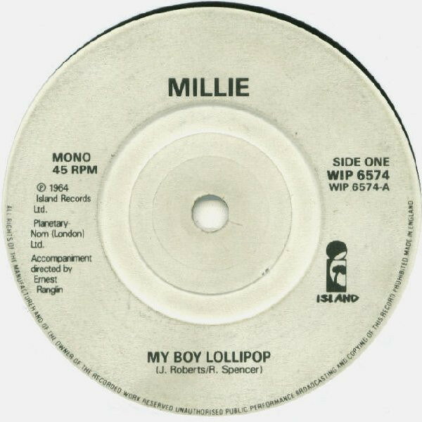 ・アーティスト Millie ・タイトル My Boy Lollipop ・レーベル・型番 Island Records WIP6574 ・フォーマット 7インチレコード ・コンディション(盤) 良い (VG+) ・コンディション(ジャケット) ・コンディション(帯) オビなし ・特記事項 サンプル画像です。実際の商品の画像ではありません 商品写真はバーコード/カタログ番号に対応したサンプル画像ですので、お送りする商品の画像ではありません。帯やライナーなどの付属品は、特記事項に記載されている場合のみ含まれます。プロモやカラーレコードなどの仕様についても、該当する場合のみ特記事項に記載しています。 【ご購入前に必ずご確認ください】 ・本店サイト(www.recordcity.jp)とは価格、送料が違います ・本店サイト、その他支店のオーダーとは同梱発送できません ・注文確定後に別の注文を頂いた場合、注文同士の同梱は致しかねます。 ・別倉庫から発送しているため、店頭受け渡しは対応しておりません ・一部商品は他の通販サイトでも販売しているため、ご注文のタイミングによっては商品のご用意ができない場合がございます。 ・土日祝日はお休みです 金曜・祝前日9時以降のご連絡またはご入金は、返答または発送が週明け・祝日明けに順次対応となります。 ・ご購入後のキャンセル不可 ご購入後のキャンセルはいかなる理由においてもお受けできません。ご了承の上、ご購入くださいませ。 ・日本郵便(ゆうパック/ゆうメール)によるお届けになります。 ・中古品であることをご理解ください 当ストアでは中古商品を主に販売しております。中古品であることをご理解の上ご購入ください。また、一部商品はRecordCityオンラインストアで試聴可能です。 ・返品について お客様のご都合による返品は一切承っておりません。 表記の内容と実際の商品に相違がある場合、また針飛び等で返品・返金をご希望される場合は、商品の到着後1週間以内にご連絡ください。商品の返送をこちらで確認後、キャンセル・返金を行います。 コンディションVG以下の商品は返品できません。プレイに影響のない表面のこすれ傷、プレス起因のノイズ盤は返品の対象外です。 【コンディション表記】 ・ほぼ新品(M-)(Like New) 完全な新品。未使用。当店ではほぼ使用しません ・非常に良い(EX)(Excellent) 中古盤として美品な状態。わずかな経年を感じるものの傷みを感じさせない、当店基準で最高の状態 ・良い(VG+)(Very Good Plus) 丁寧に扱われた中古品で、軽い使用感がみられる。 ・可(VG)(Acceptable) 使い込まれた中古品で、「良い」よりもさらに使用感がみられる。 ・悪い(VG-)(Bad) 状態が悪いアイテム。使用の保障はなく、再生不可、針飛び、目立つノイズがあるかもしれない。状態によるクレーム不可。返品不可。 ・非常に悪い(G)(Very Bad) 「悪い」よりさらに状態が悪いアイテム。使用の保障はなく、再生不可、針飛び、目立つノイズがあるかもしれない。状態によるクレーム不可。返品不可。 ・ジャンク(Fair)(Junk/Fair) 割れている、反っている、水ダメージがある、カビ、ジャケットが分離している、ひどい書き込み、ひどい擦れなど最低の状態。使用の保障はなく、再生不可、針飛び、目立つノイズがあるかもしれない。状態によるクレーム不可。返品不可。 ・ジャンク(Poor)(Junk/Poor) 割れている、反っている、水ダメージがある、カビ、ジャケットが分離している、ひどい書き込み、ひどい擦れなど最低の状態。使用の保障はなく、再生不可、針飛び、目立つノイズがあるかもしれない。状態によるクレーム不可。返品不可。