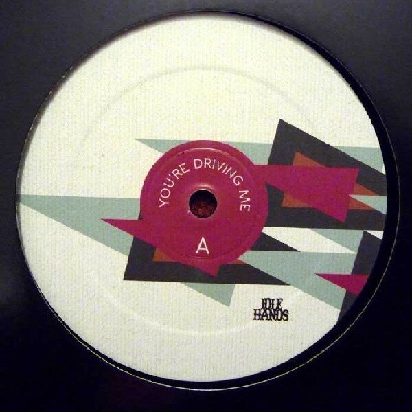 ・アーティスト Rachael ・タイトル You're Driving Me / Kung Funk ・レーベル Idle Hands UK IDLE015 ・フォーマット 12インチレコード ・コンディション(盤) 新品 (M) ・コンディション(ジャケット) ・コンディション(帯) オビなし ・特記事項 サンプル画像です。実際の商品の画像ではありません 商品写真はバーコード/カタログ番号に対応したサンプル画像ですので、お送りする商品の画像ではありません。帯やライナーなどの付属品は、特記事項に記載されている場合のみ含まれます。プロモやカラーレコードなどの仕様についても、該当する場合のみ特記事項に記載しています。 【ご購入前に必ずご確認ください】 ・本店サイト(www.recordcity.jp)とは価格、送料が違います ・本店サイト、その他支店のオーダーとは同梱発送できません ・別倉庫から発送しているため、店頭受け渡しは対応しておりません ・一部商品は他の通販サイトでも販売しているため、ご注文のタイミングによっては商品のご用意ができない場合がございます。 ・土日祝日はお休みです 金曜・祝前日9時以降のご連絡またはご入金は、返答または発送が週明け・祝日明けに順次対応となります。 ・ご購入後のキャンセル不可 ご購入後のキャンセルはいかなる理由においてもお受けできません。ご了承の上、ご購入くださいませ。 ・日本郵便(ゆうパック/ゆうメール)によるお届けになります。 ・中古品であることをご理解ください 当ストアではお客様よりお譲りいただいた中古商品を主に販売しております。中古品であることをご理解の上ご購入ください。また、一部商品はRecordCityオンラインストアで試聴可能です。 ・返品について お客様のご都合による返品は一切承っておりません。 表記の内容と実際の商品に相違がある場合、また針飛び等で返品・返金をご希望される場合は、商品の到着後1週間以内にご連絡ください。商品の返送をこちらで確認後、キャンセル・返金を行います。 コンディションVG以下の商品は返品できません。プレイに影響のない表面のこすれ傷、プレス起因のノイズ盤は返品の対象外です。 【コンディション表記】 ・ほぼ新品(M-)(Like New) 完全な新品。未使用。当店ではほぼ使用しません ・非常に良い(EX)(Excellent) 中古盤として美品な状態。わずかな経年を感じるものの傷みを感じさせない、当店基準で最高の状態 ・良い(VG+)(Very Good Plus) 丁寧に扱われた中古品で、軽い使用感がみられる。 ・可(VG)(Acceptable) 使い込まれた中古品で、「良い」よりもさらに使用感がみられる。 ・悪い(VG-)(Bad) 状態が悪いアイテム。使用の保障はなく、再生不可、針飛び、目立つノイズがあるかもしれない。状態によるクレーム不可。返品不可。 ・非常に悪い(G)(Very Bad) 「悪い」よりさらに状態が悪いアイテム。使用の保障はなく、再生不可、針飛び、目立つノイズがあるかもしれない。状態によるクレーム不可。返品不可。 ・ジャンク(Fair)(Junk/Fair) 割れている、反っている、水ダメージがある、カビ、ジャケットが分離している、ひどい書き込み、ひどい擦れなど最低の状態。使用の保障はなく、再生不可、針飛び、目立つノイズがあるかもしれない。状態によるクレーム不可。返品不可。 ・ジャンク(Poor)(Junk/Poor) 割れている、反っている、水ダメージがある、カビ、ジャケットが分離している、ひどい書き込み、ひどい擦れなど最低の状態。使用の保障はなく、再生不可、針飛び、目立つノイズがあるかもしれない。状態によるクレーム不可。返品不可。