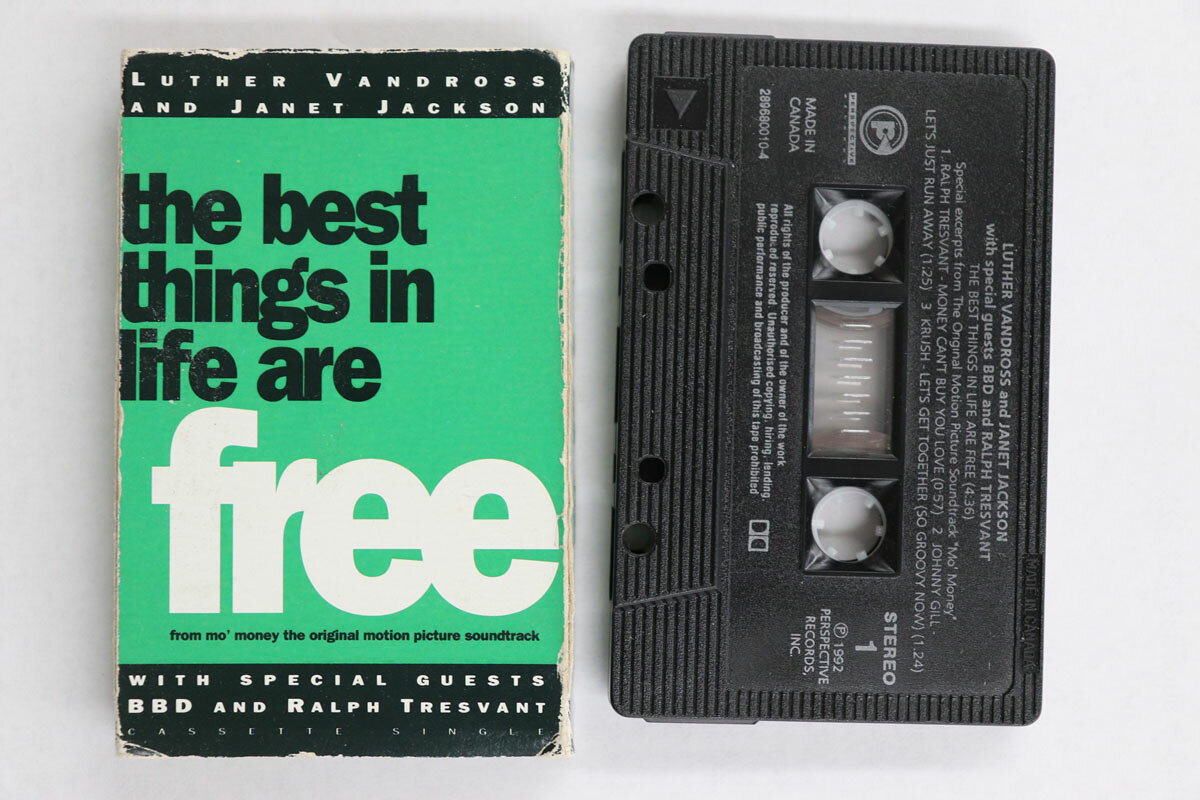 ・アーティスト Luther Vandross & Janet Jackson, Special Guests Bbd & Ralph Tresvant ・タイトル Best Things In Life Are Free ・レーベル・型番 PERSPECTIVE RECORDS 2896800104 ・フォーマット カセットテープ ・コンディション(盤) 良い (VG+) ・コンディション(ジャケット) 可 (VG) ・コンディション(帯) オビなし ・特記事項 【ケース擦れ】 実際に発送される商品の画像です 【ご購入前に必ずご確認ください】 ・本店サイト(www.recordcity.jp)とは価格、送料が違います ・本店サイト、その他支店のオーダーとは同梱発送できません ・注文確定後に別の注文を頂いた場合、注文同士の同梱は致しかねます。 ・別倉庫から発送しているため、店頭受け渡しは対応しておりません ・一部商品は他の通販サイトでも販売しているため、ご注文のタイミングによっては商品のご用意ができない場合がございます。 ・土日祝日はお休みです 金曜・祝前日9時以降のご連絡またはご入金は、返答または発送が週明け・祝日明けに順次対応となります。 ・ご購入後のキャンセル不可 ご購入後のキャンセルはいかなる理由においてもお受けできません。ご了承の上、ご購入くださいませ。 ・日本郵便(ゆうパック/ゆうメール)によるお届けになります。 ・中古品であることをご理解ください 当ストアでは中古商品を主に販売しております。中古品であることをご理解の上ご購入ください。また、一部商品はRecordCityオンラインストアで試聴可能です。 ・返品について お客様のご都合による返品は一切承っておりません。 表記の内容と実際の商品に相違がある場合、また針飛び等で返品・返金をご希望される場合は、商品の到着後1週間以内にご連絡ください。商品の返送をこちらで確認後、キャンセル・返金を行います。 コンディションVG以下の商品は返品できません。プレイに影響のない表面のこすれ傷、プレス起因のノイズ盤は返品の対象外です。 【コンディション表記】 ・ほぼ新品(M-)(Like New) 完全な新品。未使用。当店ではほぼ使用しません ・非常に良い(EX)(Excellent) 中古盤として美品な状態。わずかな経年を感じるものの傷みを感じさせない、当店基準で最高の状態 ・良い(VG+)(Very Good Plus) 丁寧に扱われた中古品で、軽い使用感がみられる。 ・可(VG)(Acceptable) 使い込まれた中古品で、「良い」よりもさらに使用感がみられる。 ・悪い(VG-)(Bad) 状態が悪いアイテム。使用の保障はなく、再生不可、針飛び、目立つノイズがあるかもしれない。状態によるクレーム不可。返品不可。 ・非常に悪い(G)(Very Bad) 「悪い」よりさらに状態が悪いアイテム。使用の保障はなく、再生不可、針飛び、目立つノイズがあるかもしれない。状態によるクレーム不可。返品不可。 ・ジャンク(Fair)(Junk/Fair) 割れている、反っている、水ダメージがある、カビ、ジャケットが分離している、ひどい書き込み、ひどい擦れなど最低の状態。使用の保障はなく、再生不可、針飛び、目立つノイズがあるかもしれない。状態によるクレーム不可。返品不可。 ・ジャンク(Poor)(Junk/Poor) 割れている、反っている、水ダメージがある、カビ、ジャケットが分離している、ひどい書き込み、ひどい擦れなど最低の状態。使用の保障はなく、再生不可、針飛び、目立つノイズがあるかもしれない。状態によるクレーム不可。返品不可。