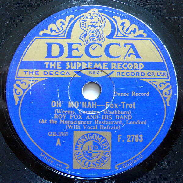 ・アーティスト Roy Fox & His Band ・タイトル Oh Monah / If I Didnt Have You ・レーベル・型番 DECCA F2763 ・フォーマット 78回転SP盤レコード ・コンディション(盤) 良い (VG+) ・コンディション(ジャケット) 可 (VG) ・コンディション(帯) オビなし ・特記事項 【※再生コンディションによる返品不可】 サンプル画像です。実際の商品の画像ではありません 商品写真はバーコード/カタログ番号に対応したサンプル画像ですので、お送りする商品の画像ではありません。帯やライナーなどの付属品は、特記事項に記載されている場合のみ含まれます。プロモやカラーレコードなどの仕様についても、該当する場合のみ特記事項に記載しています。 【ご購入前に必ずご確認ください】 ・本店サイト(www.recordcity.jp)とは価格、送料が違います ・本店サイト、その他支店のオーダーとは同梱発送できません ・注文確定後に別の注文を頂いた場合、注文同士の同梱は致しかねます。 ・別倉庫から発送しているため、店頭受け渡しは対応しておりません ・一部商品は他の通販サイトでも販売しているため、ご注文のタイミングによっては商品のご用意ができない場合がございます。 ・土日祝日はお休みです 金曜・祝前日9時以降のご連絡またはご入金は、返答または発送が週明け・祝日明けに順次対応となります。 ・ご購入後のキャンセル不可 ご購入後のキャンセルはいかなる理由においてもお受けできません。ご了承の上、ご購入くださいませ。 ・日本郵便(ゆうパック/ゆうメール)によるお届けになります。 ・中古品であることをご理解ください 当ストアでは中古商品を主に販売しております。中古品であることをご理解の上ご購入ください。また、一部商品はRecordCityオンラインストアで試聴可能です。 ・返品について お客様のご都合による返品は一切承っておりません。 表記の内容と実際の商品に相違がある場合、また針飛び等で返品・返金をご希望される場合は、商品の到着後1週間以内にご連絡ください。商品の返送をこちらで確認後、キャンセル・返金を行います。 コンディションVG以下の商品は返品できません。プレイに影響のない表面のこすれ傷、プレス起因のノイズ盤は返品の対象外です。 【コンディション表記】 ・ほぼ新品(M-)(Like New) 完全な新品。未使用。当店ではほぼ使用しません ・非常に良い(EX)(Excellent) 中古盤として美品な状態。わずかな経年を感じるものの傷みを感じさせない、当店基準で最高の状態 ・良い(VG+)(Very Good Plus) 丁寧に扱われた中古品で、軽い使用感がみられる。 ・可(VG)(Acceptable) 使い込まれた中古品で、「良い」よりもさらに使用感がみられる。 ・悪い(VG-)(Bad) 状態が悪いアイテム。使用の保障はなく、再生不可、針飛び、目立つノイズがあるかもしれない。状態によるクレーム不可。返品不可。 ・非常に悪い(G)(Very Bad) 「悪い」よりさらに状態が悪いアイテム。使用の保障はなく、再生不可、針飛び、目立つノイズがあるかもしれない。状態によるクレーム不可。返品不可。 ・ジャンク(Fair)(Junk/Fair) 割れている、反っている、水ダメージがある、カビ、ジャケットが分離している、ひどい書き込み、ひどい擦れなど最低の状態。使用の保障はなく、再生不可、針飛び、目立つノイズがあるかもしれない。状態によるクレーム不可。返品不可。 ・ジャンク(Poor)(Junk/Poor) 割れている、反っている、水ダメージがある、カビ、ジャケットが分離している、ひどい書き込み、ひどい擦れなど最低の状態。使用の保障はなく、再生不可、針飛び、目立つノイズがあるかもしれない。状態によるクレーム不可。返品不可。