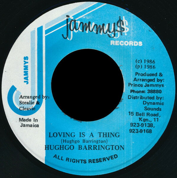 ・アーティスト Hugo Barrington ・タイトル Loving Is A Thing ・レーベル・型番 Jammy's Records NONE ・フォーマット 7インチレコード ・コンディション(盤) 可 (VG) ・コンディション(ジャケット) ・コンディション(帯) オビなし ・特記事項 【盤に目立った跡】【盤に小さいキズ】 サンプル画像です。実際の商品の画像ではありません 商品写真はバーコード/カタログ番号に対応したサンプル画像ですので、お送りする商品の画像ではありません。帯やライナーなどの付属品は、特記事項に記載されている場合のみ含まれます。プロモやカラーレコードなどの仕様についても、該当する場合のみ特記事項に記載しています。 【ご購入前に必ずご確認ください】 ・本店サイト(www.recordcity.jp)とは価格、送料が違います ・本店サイト、その他支店のオーダーとは同梱発送できません ・注文確定後に別の注文を頂いた場合、注文同士の同梱は致しかねます。 ・別倉庫から発送しているため、店頭受け渡しは対応しておりません ・一部商品は他の通販サイトでも販売しているため、ご注文のタイミングによっては商品のご用意ができない場合がございます。 ・土日祝日はお休みです 金曜・祝前日9時以降のご連絡またはご入金は、返答または発送が週明け・祝日明けに順次対応となります。 ・ご購入後のキャンセル不可 ご購入後のキャンセルはいかなる理由においてもお受けできません。ご了承の上、ご購入くださいませ。 ・日本郵便(ゆうパック/ゆうメール)によるお届けになります。 ・中古品であることをご理解ください 当ストアでは中古商品を主に販売しております。中古品であることをご理解の上ご購入ください。また、一部商品はRecordCityオンラインストアで試聴可能です。 ・返品について お客様のご都合による返品は一切承っておりません。 表記の内容と実際の商品に相違がある場合、また針飛び等で返品・返金をご希望される場合は、商品の到着後1週間以内にご連絡ください。商品の返送をこちらで確認後、キャンセル・返金を行います。 コンディションVG以下の商品は返品できません。プレイに影響のない表面のこすれ傷、プレス起因のノイズ盤は返品の対象外です。 【コンディション表記】 ・ほぼ新品(M-)(Like New) 完全な新品。未使用。当店ではほぼ使用しません ・非常に良い(EX)(Excellent) 中古盤として美品な状態。わずかな経年を感じるものの傷みを感じさせない、当店基準で最高の状態 ・良い(VG+)(Very Good Plus) 丁寧に扱われた中古品で、軽い使用感がみられる。 ・可(VG)(Acceptable) 使い込まれた中古品で、「良い」よりもさらに使用感がみられる。 ・悪い(VG-)(Bad) 状態が悪いアイテム。使用の保障はなく、再生不可、針飛び、目立つノイズがあるかもしれない。状態によるクレーム不可。返品不可。 ・非常に悪い(G)(Very Bad) 「悪い」よりさらに状態が悪いアイテム。使用の保障はなく、再生不可、針飛び、目立つノイズがあるかもしれない。状態によるクレーム不可。返品不可。 ・ジャンク(Fair)(Junk/Fair) 割れている、反っている、水ダメージがある、カビ、ジャケットが分離している、ひどい書き込み、ひどい擦れなど最低の状態。使用の保障はなく、再生不可、針飛び、目立つノイズがあるかもしれない。状態によるクレーム不可。返品不可。 ・ジャンク(Poor)(Junk/Poor) 割れている、反っている、水ダメージがある、カビ、ジャケットが分離している、ひどい書き込み、ひどい擦れなど最低の状態。使用の保障はなく、再生不可、針飛び、目立つノイズがあるかもしれない。状態によるクレーム不可。返品不可。