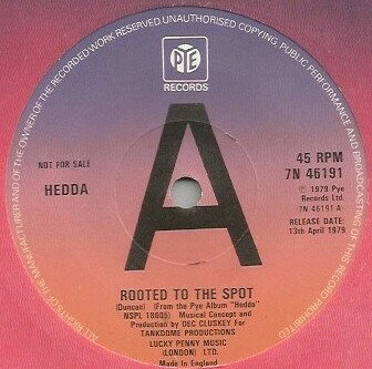 ・アーティスト Hedda ・タイトル Rooted To The Spot ・レーベル・型番 Pye Records 7N46191 ・フォーマット 7インチレコード ・コンディション(盤) 良い (VG+) ・コンディション(ジャケット) プレインカバー（元ジャケット／カバー無し） ・コンディション(帯) オビなし ・特記事項 【盤汚れ】【盤に薄い跡】 サンプル画像です。実際の商品の画像ではありません 商品写真はバーコード/カタログ番号に対応したサンプル画像ですので、お送りする商品の画像ではありません。帯やライナーなどの付属品は、特記事項に記載されている場合のみ含まれます。プロモやカラーレコードなどの仕様についても、該当する場合のみ特記事項に記載しています。 【ご購入前に必ずご確認ください】 ・本店サイト(www.recordcity.jp)とは価格、送料が違います ・本店サイト、その他支店のオーダーとは同梱発送できません ・注文確定後に別の注文を頂いた場合、注文同士の同梱は致しかねます。 ・別倉庫から発送しているため、店頭受け渡しは対応しておりません ・一部商品は他の通販サイトでも販売しているため、ご注文のタイミングによっては商品のご用意ができない場合がございます。 ・土日祝日はお休みです 金曜・祝前日9時以降のご連絡またはご入金は、返答または発送が週明け・祝日明けに順次対応となります。 ・ご購入後のキャンセル不可 ご購入後のキャンセルはいかなる理由においてもお受けできません。ご了承の上、ご購入くださいませ。 ・日本郵便(ゆうパック/ゆうメール)によるお届けになります。 ・中古品であることをご理解ください 当ストアでは中古商品を主に販売しております。中古品であることをご理解の上ご購入ください。また、一部商品はRecordCityオンラインストアで試聴可能です。 ・返品について お客様のご都合による返品は一切承っておりません。 表記の内容と実際の商品に相違がある場合、また針飛び等で返品・返金をご希望される場合は、商品の到着後1週間以内にご連絡ください。商品の返送をこちらで確認後、キャンセル・返金を行います。 コンディションVG以下の商品は返品できません。プレイに影響のない表面のこすれ傷、プレス起因のノイズ盤は返品の対象外です。 【コンディション表記】 ・ほぼ新品(M-)(Like New) 完全な新品。未使用。当店ではほぼ使用しません ・非常に良い(EX)(Excellent) 中古盤として美品な状態。わずかな経年を感じるものの傷みを感じさせない、当店基準で最高の状態 ・良い(VG+)(Very Good Plus) 丁寧に扱われた中古品で、軽い使用感がみられる。 ・可(VG)(Acceptable) 使い込まれた中古品で、「良い」よりもさらに使用感がみられる。 ・悪い(VG-)(Bad) 状態が悪いアイテム。使用の保障はなく、再生不可、針飛び、目立つノイズがあるかもしれない。状態によるクレーム不可。返品不可。 ・非常に悪い(G)(Very Bad) 「悪い」よりさらに状態が悪いアイテム。使用の保障はなく、再生不可、針飛び、目立つノイズがあるかもしれない。状態によるクレーム不可。返品不可。 ・ジャンク(Fair)(Junk/Fair) 割れている、反っている、水ダメージがある、カビ、ジャケットが分離している、ひどい書き込み、ひどい擦れなど最低の状態。使用の保障はなく、再生不可、針飛び、目立つノイズがあるかもしれない。状態によるクレーム不可。返品不可。 ・ジャンク(Poor)(Junk/Poor) 割れている、反っている、水ダメージがある、カビ、ジャケットが分離している、ひどい書き込み、ひどい擦れなど最低の状態。使用の保障はなく、再生不可、針飛び、目立つノイズがあるかもしれない。状態によるクレーム不可。返品不可。