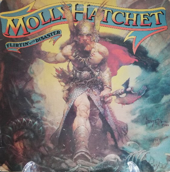 ・アーティスト Molly Hatchet ・タイトル Flirtin' With Disaster ・レーベル・型番 EPIC JE36110 ・フォーマット LPレコード ・コンディション(盤) 良い (VG+) ・コンディション(ジャケット) 良い (VG+) ・コンディション(帯) オビなし ・特記事項 【カバーにシール付着】 サンプル画像です。実際の商品の画像ではありません 商品写真はバーコード/カタログ番号に対応したサンプル画像ですので、お送りする商品の画像ではありません。帯やライナーなどの付属品は、特記事項に記載されている場合のみ含まれます。プロモやカラーレコードなどの仕様についても、該当する場合のみ特記事項に記載しています。 【ご購入前に必ずご確認ください】 ・本店サイト(www.recordcity.jp)とは価格、送料が違います ・本店サイト、その他支店のオーダーとは同梱発送できません ・注文確定後に別の注文を頂いた場合、注文同士の同梱は致しかねます。 ・別倉庫から発送しているため、店頭受け渡しは対応しておりません ・一部商品は他の通販サイトでも販売しているため、ご注文のタイミングによっては商品のご用意ができない場合がございます。 ・土日祝日はお休みです 金曜・祝前日9時以降のご連絡またはご入金は、返答または発送が週明け・祝日明けに順次対応となります。 ・ご購入後のキャンセル不可 ご購入後のキャンセルはいかなる理由においてもお受けできません。ご了承の上、ご購入くださいませ。 ・日本郵便(ゆうパック/ゆうメール)によるお届けになります。 ・中古品であることをご理解ください 当ストアでは中古商品を主に販売しております。中古品であることをご理解の上ご購入ください。また、一部商品はRecordCityオンラインストアで試聴可能です。 ・返品について お客様のご都合による返品は一切承っておりません。 表記の内容と実際の商品に相違がある場合、また針飛び等で返品・返金をご希望される場合は、商品の到着後1週間以内にご連絡ください。商品の返送をこちらで確認後、キャンセル・返金を行います。 コンディションVG以下の商品は返品できません。プレイに影響のない表面のこすれ傷、プレス起因のノイズ盤は返品の対象外です。 【コンディション表記】 ・ほぼ新品(M-)(Like New) 完全な新品。未使用。当店ではほぼ使用しません ・非常に良い(EX)(Excellent) 中古盤として美品な状態。わずかな経年を感じるものの傷みを感じさせない、当店基準で最高の状態 ・良い(VG+)(Very Good Plus) 丁寧に扱われた中古品で、軽い使用感がみられる。 ・可(VG)(Acceptable) 使い込まれた中古品で、「良い」よりもさらに使用感がみられる。 ・悪い(VG-)(Bad) 状態が悪いアイテム。使用の保障はなく、再生不可、針飛び、目立つノイズがあるかもしれない。状態によるクレーム不可。返品不可。 ・非常に悪い(G)(Very Bad) 「悪い」よりさらに状態が悪いアイテム。使用の保障はなく、再生不可、針飛び、目立つノイズがあるかもしれない。状態によるクレーム不可。返品不可。 ・ジャンク(Fair)(Junk/Fair) 割れている、反っている、水ダメージがある、カビ、ジャケットが分離している、ひどい書き込み、ひどい擦れなど最低の状態。使用の保障はなく、再生不可、針飛び、目立つノイズがあるかもしれない。状態によるクレーム不可。返品不可。 ・ジャンク(Poor)(Junk/Poor) 割れている、反っている、水ダメージがある、カビ、ジャケットが分離している、ひどい書き込み、ひどい擦れなど最低の状態。使用の保障はなく、再生不可、針飛び、目立つノイズがあるかもしれない。状態によるクレーム不可。返品不可。