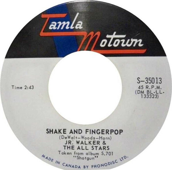 ・アーティスト Jr. Walker & The All Stars ・タイトル Shake And Fingerpop / Cleo's Back ・レーベル・型番 TAMLA MOTOWN S35013 ・フォーマット 7インチレコード ・コンディション(盤) 良い (VG+) ・コンディション(ジャケット) プレインカバー（元ジャケット／カバー無し） ・コンディション(帯) オビなし ・特記事項 【盤に浅い跡】【レーベルに書き込み】 サンプル画像です。実際の商品の画像ではありません 商品写真はバーコード/カタログ番号に対応したサンプル画像ですので、お送りする商品の画像ではありません。帯やライナーなどの付属品は、特記事項に記載されている場合のみ含まれます。プロモやカラーレコードなどの仕様についても、該当する場合のみ特記事項に記載しています。 【ご購入前に必ずご確認ください】 ・本店サイト(www.recordcity.jp)とは価格、送料が違います ・本店サイト、その他支店のオーダーとは同梱発送できません ・注文確定後に別の注文を頂いた場合、注文同士の同梱は致しかねます。 ・別倉庫から発送しているため、店頭受け渡しは対応しておりません ・一部商品は他の通販サイトでも販売しているため、ご注文のタイミングによっては商品のご用意ができない場合がございます。 ・土日祝日はお休みです 金曜・祝前日9時以降のご連絡またはご入金は、返答または発送が週明け・祝日明けに順次対応となります。 ・ご購入後のキャンセル不可 ご購入後のキャンセルはいかなる理由においてもお受けできません。ご了承の上、ご購入くださいませ。 ・日本郵便(ゆうパック/ゆうメール)によるお届けになります。 ・中古品であることをご理解ください 当ストアでは中古商品を主に販売しております。中古品であることをご理解の上ご購入ください。また、一部商品はRecordCityオンラインストアで試聴可能です。 ・返品について お客様のご都合による返品は一切承っておりません。 表記の内容と実際の商品に相違がある場合、また針飛び等で返品・返金をご希望される場合は、商品の到着後1週間以内にご連絡ください。商品の返送をこちらで確認後、キャンセル・返金を行います。 コンディションVG以下の商品は返品できません。プレイに影響のない表面のこすれ傷、プレス起因のノイズ盤は返品の対象外です。 【コンディション表記】 ・ほぼ新品(M-)(Like New) 完全な新品。未使用。当店ではほぼ使用しません ・非常に良い(EX)(Excellent) 中古盤として美品な状態。わずかな経年を感じるものの傷みを感じさせない、当店基準で最高の状態 ・良い(VG+)(Very Good Plus) 丁寧に扱われた中古品で、軽い使用感がみられる。 ・可(VG)(Acceptable) 使い込まれた中古品で、「良い」よりもさらに使用感がみられる。 ・悪い(VG-)(Bad) 状態が悪いアイテム。使用の保障はなく、再生不可、針飛び、目立つノイズがあるかもしれない。状態によるクレーム不可。返品不可。 ・非常に悪い(G)(Very Bad) 「悪い」よりさらに状態が悪いアイテム。使用の保障はなく、再生不可、針飛び、目立つノイズがあるかもしれない。状態によるクレーム不可。返品不可。 ・ジャンク(Fair)(Junk/Fair) 割れている、反っている、水ダメージがある、カビ、ジャケットが分離している、ひどい書き込み、ひどい擦れなど最低の状態。使用の保障はなく、再生不可、針飛び、目立つノイズがあるかもしれない。状態によるクレーム不可。返品不可。 ・ジャンク(Poor)(Junk/Poor) 割れている、反っている、水ダメージがある、カビ、ジャケットが分離している、ひどい書き込み、ひどい擦れなど最低の状態。使用の保障はなく、再生不可、針飛び、目立つノイズがあるかもしれない。状態によるクレーム不可。返品不可。