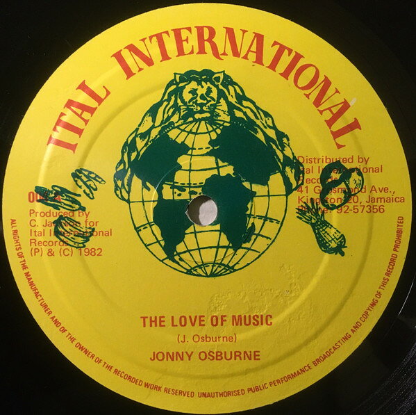 ・アーティスト Johnny Osbourne / Carlton Jackson ・タイトル The Love Of Music / Only Jah Jah Will Do ・レーベル・型番 Ital International Records 004 ・フォーマット 10インチレコード ・コンディション(盤) 良い (VG+) ・コンディション(ジャケット) ・コンディション(帯) オビなし ・特記事項 【盤に短いヘアライン】 サンプル画像です。実際の商品の画像ではありません 商品写真はバーコード/カタログ番号に対応したサンプル画像ですので、お送りする商品の画像ではありません。帯やライナーなどの付属品は、特記事項に記載されている場合のみ含まれます。プロモやカラーレコードなどの仕様についても、該当する場合のみ特記事項に記載しています。 【ご購入前に必ずご確認ください】 ・本店サイト(www.recordcity.jp)とは価格、送料が違います ・本店サイト、その他支店のオーダーとは同梱発送できません ・注文確定後に別の注文を頂いた場合、注文同士の同梱は致しかねます。 ・別倉庫から発送しているため、店頭受け渡しは対応しておりません ・一部商品は他の通販サイトでも販売しているため、ご注文のタイミングによっては商品のご用意ができない場合がございます。 ・土日祝日はお休みです 金曜・祝前日9時以降のご連絡またはご入金は、返答または発送が週明け・祝日明けに順次対応となります。 ・ご購入後のキャンセル不可 ご購入後のキャンセルはいかなる理由においてもお受けできません。ご了承の上、ご購入くださいませ。 ・日本郵便(ゆうパック/ゆうメール)によるお届けになります。 ・中古品であることをご理解ください 当ストアでは中古商品を主に販売しております。中古品であることをご理解の上ご購入ください。また、一部商品はRecordCityオンラインストアで試聴可能です。 ・返品について お客様のご都合による返品は一切承っておりません。 表記の内容と実際の商品に相違がある場合、また針飛び等で返品・返金をご希望される場合は、商品の到着後1週間以内にご連絡ください。商品の返送をこちらで確認後、キャンセル・返金を行います。 コンディションVG以下の商品は返品できません。プレイに影響のない表面のこすれ傷、プレス起因のノイズ盤は返品の対象外です。 【コンディション表記】 ・ほぼ新品(M-)(Like New) 完全な新品。未使用。当店ではほぼ使用しません ・非常に良い(EX)(Excellent) 中古盤として美品な状態。わずかな経年を感じるものの傷みを感じさせない、当店基準で最高の状態 ・良い(VG+)(Very Good Plus) 丁寧に扱われた中古品で、軽い使用感がみられる。 ・可(VG)(Acceptable) 使い込まれた中古品で、「良い」よりもさらに使用感がみられる。 ・悪い(VG-)(Bad) 状態が悪いアイテム。使用の保障はなく、再生不可、針飛び、目立つノイズがあるかもしれない。状態によるクレーム不可。返品不可。 ・非常に悪い(G)(Very Bad) 「悪い」よりさらに状態が悪いアイテム。使用の保障はなく、再生不可、針飛び、目立つノイズがあるかもしれない。状態によるクレーム不可。返品不可。 ・ジャンク(Fair)(Junk/Fair) 割れている、反っている、水ダメージがある、カビ、ジャケットが分離している、ひどい書き込み、ひどい擦れなど最低の状態。使用の保障はなく、再生不可、針飛び、目立つノイズがあるかもしれない。状態によるクレーム不可。返品不可。 ・ジャンク(Poor)(Junk/Poor) 割れている、反っている、水ダメージがある、カビ、ジャケットが分離している、ひどい書き込み、ひどい擦れなど最低の状態。使用の保障はなく、再生不可、針飛び、目立つノイズがあるかもしれない。状態によるクレーム不可。返品不可。