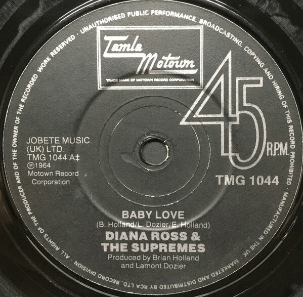 ・アーティスト Supremes ・タイトル Baby Love ・レーベル・型番 Tamla Motown TMG1044 ・フォーマット 7インチレコード ・コンディション(盤) 良い (VG+) ・コンディション(ジャケット) 可 (VG) ・コンディション(帯) オビなし ・特記事項 【盤に小さいキズ】【カバー折れ/しわ】【company sleeve】 サンプル画像です。実際の商品の画像ではありません 商品写真はバーコード/カタログ番号に対応したサンプル画像ですので、お送りする商品の画像ではありません。帯やライナーなどの付属品は、特記事項に記載されている場合のみ含まれます。プロモやカラーレコードなどの仕様についても、該当する場合のみ特記事項に記載しています。 【ご購入前に必ずご確認ください】 ・本店サイト(www.recordcity.jp)とは価格、送料が違います ・本店サイト、その他支店のオーダーとは同梱発送できません ・注文確定後に別の注文を頂いた場合、注文同士の同梱は致しかねます。 ・別倉庫から発送しているため、店頭受け渡しは対応しておりません ・一部商品は他の通販サイトでも販売しているため、ご注文のタイミングによっては商品のご用意ができない場合がございます。 ・土日祝日はお休みです 金曜・祝前日9時以降のご連絡またはご入金は、返答または発送が週明け・祝日明けに順次対応となります。 ・ご購入後のキャンセル不可 ご購入後のキャンセルはいかなる理由においてもお受けできません。ご了承の上、ご購入くださいませ。 ・日本郵便(ゆうパック/ゆうメール)によるお届けになります。 ・中古品であることをご理解ください 当ストアでは中古商品を主に販売しております。中古品であることをご理解の上ご購入ください。また、一部商品はRecordCityオンラインストアで試聴可能です。 ・返品について お客様のご都合による返品は一切承っておりません。 表記の内容と実際の商品に相違がある場合、また針飛び等で返品・返金をご希望される場合は、商品の到着後1週間以内にご連絡ください。商品の返送をこちらで確認後、キャンセル・返金を行います。 コンディションVG以下の商品は返品できません。プレイに影響のない表面のこすれ傷、プレス起因のノイズ盤は返品の対象外です。 【コンディション表記】 ・ほぼ新品(M-)(Like New) 完全な新品。未使用。当店ではほぼ使用しません ・非常に良い(EX)(Excellent) 中古盤として美品な状態。わずかな経年を感じるものの傷みを感じさせない、当店基準で最高の状態 ・良い(VG+)(Very Good Plus) 丁寧に扱われた中古品で、軽い使用感がみられる。 ・可(VG)(Acceptable) 使い込まれた中古品で、「良い」よりもさらに使用感がみられる。 ・悪い(VG-)(Bad) 状態が悪いアイテム。使用の保障はなく、再生不可、針飛び、目立つノイズがあるかもしれない。状態によるクレーム不可。返品不可。 ・非常に悪い(G)(Very Bad) 「悪い」よりさらに状態が悪いアイテム。使用の保障はなく、再生不可、針飛び、目立つノイズがあるかもしれない。状態によるクレーム不可。返品不可。 ・ジャンク(Fair)(Junk/Fair) 割れている、反っている、水ダメージがある、カビ、ジャケットが分離している、ひどい書き込み、ひどい擦れなど最低の状態。使用の保障はなく、再生不可、針飛び、目立つノイズがあるかもしれない。状態によるクレーム不可。返品不可。 ・ジャンク(Poor)(Junk/Poor) 割れている、反っている、水ダメージがある、カビ、ジャケットが分離している、ひどい書き込み、ひどい擦れなど最低の状態。使用の保障はなく、再生不可、針飛び、目立つノイズがあるかもしれない。状態によるクレーム不可。返品不可。