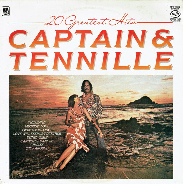 ・アーティスト Captain & Tennille ・タイトル 20 Greatest Hits ・レーベル・型番 Music For Pleasure MFP50492 ・フォーマット LPレコード ・コンディション(盤) 可 (VG) ・コンディション(ジャケット) 良い (VG+) ・コンディション(帯) オビなし ・特記事項 【盤に浅い跡】 サンプル画像です。実際の商品の画像ではありません 商品写真はバーコード/カタログ番号に対応したサンプル画像ですので、お送りする商品の画像ではありません。帯やライナーなどの付属品は、特記事項に記載されている場合のみ含まれます。プロモやカラーレコードなどの仕様についても、該当する場合のみ特記事項に記載しています。 【ご購入前に必ずご確認ください】 ・本店サイト(www.recordcity.jp)とは価格、送料が違います ・本店サイト、その他支店のオーダーとは同梱発送できません ・注文確定後に別の注文を頂いた場合、注文同士の同梱は致しかねます。 ・別倉庫から発送しているため、店頭受け渡しは対応しておりません ・一部商品は他の通販サイトでも販売しているため、ご注文のタイミングによっては商品のご用意ができない場合がございます。 ・土日祝日はお休みです 金曜・祝前日9時以降のご連絡またはご入金は、返答または発送が週明け・祝日明けに順次対応となります。 ・ご購入後のキャンセル不可 ご購入後のキャンセルはいかなる理由においてもお受けできません。ご了承の上、ご購入くださいませ。 ・日本郵便(ゆうパック/ゆうメール)によるお届けになります。 ・中古品であることをご理解ください 当ストアでは中古商品を主に販売しております。中古品であることをご理解の上ご購入ください。また、一部商品はRecordCityオンラインストアで試聴可能です。 ・返品について お客様のご都合による返品は一切承っておりません。 表記の内容と実際の商品に相違がある場合、また針飛び等で返品・返金をご希望される場合は、商品の到着後1週間以内にご連絡ください。商品の返送をこちらで確認後、キャンセル・返金を行います。 コンディションVG以下の商品は返品できません。プレイに影響のない表面のこすれ傷、プレス起因のノイズ盤は返品の対象外です。 【コンディション表記】 ・ほぼ新品(M-)(Like New) 完全な新品。未使用。当店ではほぼ使用しません ・非常に良い(EX)(Excellent) 中古盤として美品な状態。わずかな経年を感じるものの傷みを感じさせない、当店基準で最高の状態 ・良い(VG+)(Very Good Plus) 丁寧に扱われた中古品で、軽い使用感がみられる。 ・可(VG)(Acceptable) 使い込まれた中古品で、「良い」よりもさらに使用感がみられる。 ・悪い(VG-)(Bad) 状態が悪いアイテム。使用の保障はなく、再生不可、針飛び、目立つノイズがあるかもしれない。状態によるクレーム不可。返品不可。 ・非常に悪い(G)(Very Bad) 「悪い」よりさらに状態が悪いアイテム。使用の保障はなく、再生不可、針飛び、目立つノイズがあるかもしれない。状態によるクレーム不可。返品不可。 ・ジャンク(Fair)(Junk/Fair) 割れている、反っている、水ダメージがある、カビ、ジャケットが分離している、ひどい書き込み、ひどい擦れなど最低の状態。使用の保障はなく、再生不可、針飛び、目立つノイズがあるかもしれない。状態によるクレーム不可。返品不可。 ・ジャンク(Poor)(Junk/Poor) 割れている、反っている、水ダメージがある、カビ、ジャケットが分離している、ひどい書き込み、ひどい擦れなど最低の状態。使用の保障はなく、再生不可、針飛び、目立つノイズがあるかもしれない。状態によるクレーム不可。返品不可。