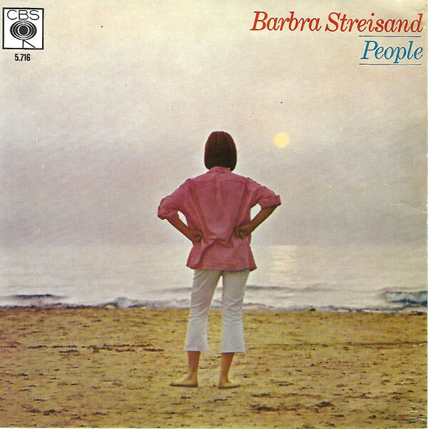 ・アーティスト Barbra Streisand ・タイトル People ・レーベル・型番 CBS EP5716 ・フォーマット 7インチレコード ・コンディション(盤) 良い (VG+) ・コンディション(ジャケット) 可 (VG) ・コンディション(帯) オビなし ・特記事項 【裏カバーに書き込み】 サンプル画像です。実際の商品の画像ではありません 商品写真はバーコード/カタログ番号に対応したサンプル画像ですので、お送りする商品の画像ではありません。帯やライナーなどの付属品は、特記事項に記載されている場合のみ含まれます。プロモやカラーレコードなどの仕様についても、該当する場合のみ特記事項に記載しています。 【ご購入前に必ずご確認ください】 ・本店サイト(www.recordcity.jp)とは価格、送料が違います ・本店サイト、その他支店のオーダーとは同梱発送できません ・注文確定後に別の注文を頂いた場合、注文同士の同梱は致しかねます。 ・別倉庫から発送しているため、店頭受け渡しは対応しておりません ・一部商品は他の通販サイトでも販売しているため、ご注文のタイミングによっては商品のご用意ができない場合がございます。 ・土日祝日はお休みです 金曜・祝前日9時以降のご連絡またはご入金は、返答または発送が週明け・祝日明けに順次対応となります。 ・ご購入後のキャンセル不可 ご購入後のキャンセルはいかなる理由においてもお受けできません。ご了承の上、ご購入くださいませ。 ・日本郵便(ゆうパック/ゆうメール)によるお届けになります。 ・中古品であることをご理解ください 当ストアでは中古商品を主に販売しております。中古品であることをご理解の上ご購入ください。また、一部商品はRecordCityオンラインストアで試聴可能です。 ・返品について お客様のご都合による返品は一切承っておりません。 表記の内容と実際の商品に相違がある場合、また針飛び等で返品・返金をご希望される場合は、商品の到着後1週間以内にご連絡ください。商品の返送をこちらで確認後、キャンセル・返金を行います。 コンディションVG以下の商品は返品できません。プレイに影響のない表面のこすれ傷、プレス起因のノイズ盤は返品の対象外です。 【コンディション表記】 ・ほぼ新品(M-)(Like New) 完全な新品。未使用。当店ではほぼ使用しません ・非常に良い(EX)(Excellent) 中古盤として美品な状態。わずかな経年を感じるものの傷みを感じさせない、当店基準で最高の状態 ・良い(VG+)(Very Good Plus) 丁寧に扱われた中古品で、軽い使用感がみられる。 ・可(VG)(Acceptable) 使い込まれた中古品で、「良い」よりもさらに使用感がみられる。 ・悪い(VG-)(Bad) 状態が悪いアイテム。使用の保障はなく、再生不可、針飛び、目立つノイズがあるかもしれない。状態によるクレーム不可。返品不可。 ・非常に悪い(G)(Very Bad) 「悪い」よりさらに状態が悪いアイテム。使用の保障はなく、再生不可、針飛び、目立つノイズがあるかもしれない。状態によるクレーム不可。返品不可。 ・ジャンク(Fair)(Junk/Fair) 割れている、反っている、水ダメージがある、カビ、ジャケットが分離している、ひどい書き込み、ひどい擦れなど最低の状態。使用の保障はなく、再生不可、針飛び、目立つノイズがあるかもしれない。状態によるクレーム不可。返品不可。 ・ジャンク(Poor)(Junk/Poor) 割れている、反っている、水ダメージがある、カビ、ジャケットが分離している、ひどい書き込み、ひどい擦れなど最低の状態。使用の保障はなく、再生不可、針飛び、目立つノイズがあるかもしれない。状態によるクレーム不可。返品不可。