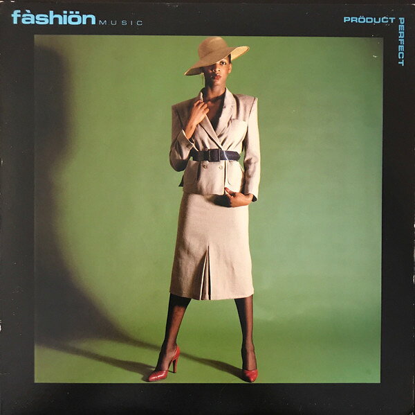 ・アーティスト Fashion ・タイトル Pr?duct Perfect ・レーベル・型番 I.R.S. Records SP002 ・フォーマット LPレコード ・コンディション(盤) 良い (VG+) ・コンディション(ジャケット) 良い (VG+) ・コンディション(帯) オビなし ・特記事項 サンプル画像です。実際の商品の画像ではありません 商品写真はバーコード/カタログ番号に対応したサンプル画像ですので、お送りする商品の画像ではありません。帯やライナーなどの付属品は、特記事項に記載されている場合のみ含まれます。プロモやカラーレコードなどの仕様についても、該当する場合のみ特記事項に記載しています。 【ご購入前に必ずご確認ください】 ・本店サイト(www.recordcity.jp)とは価格、送料が違います ・本店サイト、その他支店のオーダーとは同梱発送できません ・注文確定後に別の注文を頂いた場合、注文同士の同梱は致しかねます。 ・別倉庫から発送しているため、店頭受け渡しは対応しておりません ・一部商品は他の通販サイトでも販売しているため、ご注文のタイミングによっては商品のご用意ができない場合がございます。 ・土日祝日はお休みです 金曜・祝前日9時以降のご連絡またはご入金は、返答または発送が週明け・祝日明けに順次対応となります。 ・ご購入後のキャンセル不可 ご購入後のキャンセルはいかなる理由においてもお受けできません。ご了承の上、ご購入くださいませ。 ・日本郵便(ゆうパック/ゆうメール)によるお届けになります。 ・中古品であることをご理解ください 当ストアでは中古商品を主に販売しております。中古品であることをご理解の上ご購入ください。また、一部商品はRecordCityオンラインストアで試聴可能です。 ・返品について お客様のご都合による返品は一切承っておりません。 表記の内容と実際の商品に相違がある場合、また針飛び等で返品・返金をご希望される場合は、商品の到着後1週間以内にご連絡ください。商品の返送をこちらで確認後、キャンセル・返金を行います。 コンディションVG以下の商品は返品できません。プレイに影響のない表面のこすれ傷、プレス起因のノイズ盤は返品の対象外です。 【コンディション表記】 ・ほぼ新品(M-)(Like New) 完全な新品。未使用。当店ではほぼ使用しません ・非常に良い(EX)(Excellent) 中古盤として美品な状態。わずかな経年を感じるものの傷みを感じさせない、当店基準で最高の状態 ・良い(VG+)(Very Good Plus) 丁寧に扱われた中古品で、軽い使用感がみられる。 ・可(VG)(Acceptable) 使い込まれた中古品で、「良い」よりもさらに使用感がみられる。 ・悪い(VG-)(Bad) 状態が悪いアイテム。使用の保障はなく、再生不可、針飛び、目立つノイズがあるかもしれない。状態によるクレーム不可。返品不可。 ・非常に悪い(G)(Very Bad) 「悪い」よりさらに状態が悪いアイテム。使用の保障はなく、再生不可、針飛び、目立つノイズがあるかもしれない。状態によるクレーム不可。返品不可。 ・ジャンク(Fair)(Junk/Fair) 割れている、反っている、水ダメージがある、カビ、ジャケットが分離している、ひどい書き込み、ひどい擦れなど最低の状態。使用の保障はなく、再生不可、針飛び、目立つノイズがあるかもしれない。状態によるクレーム不可。返品不可。 ・ジャンク(Poor)(Junk/Poor) 割れている、反っている、水ダメージがある、カビ、ジャケットが分離している、ひどい書き込み、ひどい擦れなど最低の状態。使用の保障はなく、再生不可、針飛び、目立つノイズがあるかもしれない。状態によるクレーム不可。返品不可。