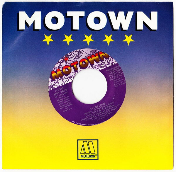 ・アーティスト Doc Box & B. Fresh ・タイトル Slow Love ・レーベル・型番 MOTOWN MOT2028 ・フォーマット 7インチレコード ・コンディション(盤) 良い (VG+) ・コンディション(ジャケット) プレインカバー（元ジャケット／カバー無し） ・コンディション(帯) オビなし ・特記事項 【カンパニースリーブ】 サンプル画像です。実際の商品の画像ではありません 商品写真はバーコード/カタログ番号に対応したサンプル画像ですので、お送りする商品の画像ではありません。帯やライナーなどの付属品は、特記事項に記載されている場合のみ含まれます。プロモやカラーレコードなどの仕様についても、該当する場合のみ特記事項に記載しています。 【ご購入前に必ずご確認ください】 ・本店サイト(www.recordcity.jp)とは価格、送料が違います ・本店サイト、その他支店のオーダーとは同梱発送できません ・注文確定後に別の注文を頂いた場合、注文同士の同梱は致しかねます。 ・別倉庫から発送しているため、店頭受け渡しは対応しておりません ・一部商品は他の通販サイトでも販売しているため、ご注文のタイミングによっては商品のご用意ができない場合がございます。 ・土日祝日はお休みです 金曜・祝前日9時以降のご連絡またはご入金は、返答または発送が週明け・祝日明けに順次対応となります。 ・ご購入後のキャンセル不可 ご購入後のキャンセルはいかなる理由においてもお受けできません。ご了承の上、ご購入くださいませ。 ・日本郵便(ゆうパック/ゆうメール)によるお届けになります。 ・中古品であることをご理解ください 当ストアでは中古商品を主に販売しております。中古品であることをご理解の上ご購入ください。また、一部商品はRecordCityオンラインストアで試聴可能です。 ・返品について お客様のご都合による返品は一切承っておりません。 表記の内容と実際の商品に相違がある場合、また針飛び等で返品・返金をご希望される場合は、商品の到着後1週間以内にご連絡ください。商品の返送をこちらで確認後、キャンセル・返金を行います。 コンディションVG以下の商品は返品できません。プレイに影響のない表面のこすれ傷、プレス起因のノイズ盤は返品の対象外です。 【コンディション表記】 ・ほぼ新品(M-)(Like New) 完全な新品。未使用。当店ではほぼ使用しません ・非常に良い(EX)(Excellent) 中古盤として美品な状態。わずかな経年を感じるものの傷みを感じさせない、当店基準で最高の状態 ・良い(VG+)(Very Good Plus) 丁寧に扱われた中古品で、軽い使用感がみられる。 ・可(VG)(Acceptable) 使い込まれた中古品で、「良い」よりもさらに使用感がみられる。 ・悪い(VG-)(Bad) 状態が悪いアイテム。使用の保障はなく、再生不可、針飛び、目立つノイズがあるかもしれない。状態によるクレーム不可。返品不可。 ・非常に悪い(G)(Very Bad) 「悪い」よりさらに状態が悪いアイテム。使用の保障はなく、再生不可、針飛び、目立つノイズがあるかもしれない。状態によるクレーム不可。返品不可。 ・ジャンク(Fair)(Junk/Fair) 割れている、反っている、水ダメージがある、カビ、ジャケットが分離している、ひどい書き込み、ひどい擦れなど最低の状態。使用の保障はなく、再生不可、針飛び、目立つノイズがあるかもしれない。状態によるクレーム不可。返品不可。 ・ジャンク(Poor)(Junk/Poor) 割れている、反っている、水ダメージがある、カビ、ジャケットが分離している、ひどい書き込み、ひどい擦れなど最低の状態。使用の保障はなく、再生不可、針飛び、目立つノイズがあるかもしれない。状態によるクレーム不可。返品不可。