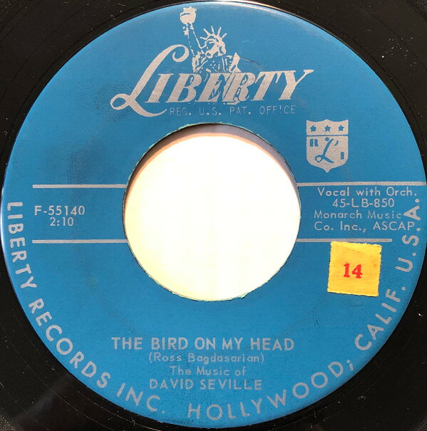 ・アーティスト David Seville ・タイトル The Bird On My Head ・レーベル・型番 Liberty 45LB851 ・フォーマット 7インチレコード ・コンディション(盤) 可 (VG) ・コンディション(ジャケット) プレインカバー（元ジャケット／カバー無し） ・コンディション(帯) オビなし ・特記事項 【レーベルに書き込み】【盤に小さいキズ】 サンプル画像です。実際の商品の画像ではありません 商品写真はバーコード/カタログ番号に対応したサンプル画像ですので、お送りする商品の画像ではありません。帯やライナーなどの付属品は、特記事項に記載されている場合のみ含まれます。プロモやカラーレコードなどの仕様についても、該当する場合のみ特記事項に記載しています。 【ご購入前に必ずご確認ください】 ・本店サイト(www.recordcity.jp)とは価格、送料が違います ・本店サイト、その他支店のオーダーとは同梱発送できません ・注文確定後に別の注文を頂いた場合、注文同士の同梱は致しかねます。 ・別倉庫から発送しているため、店頭受け渡しは対応しておりません ・一部商品は他の通販サイトでも販売しているため、ご注文のタイミングによっては商品のご用意ができない場合がございます。 ・土日祝日はお休みです 金曜・祝前日9時以降のご連絡またはご入金は、返答または発送が週明け・祝日明けに順次対応となります。 ・ご購入後のキャンセル不可 ご購入後のキャンセルはいかなる理由においてもお受けできません。ご了承の上、ご購入くださいませ。 ・日本郵便(ゆうパック/ゆうメール)によるお届けになります。 ・中古品であることをご理解ください 当ストアでは中古商品を主に販売しております。中古品であることをご理解の上ご購入ください。また、一部商品はRecordCityオンラインストアで試聴可能です。 ・返品について お客様のご都合による返品は一切承っておりません。 表記の内容と実際の商品に相違がある場合、また針飛び等で返品・返金をご希望される場合は、商品の到着後1週間以内にご連絡ください。商品の返送をこちらで確認後、キャンセル・返金を行います。 コンディションVG以下の商品は返品できません。プレイに影響のない表面のこすれ傷、プレス起因のノイズ盤は返品の対象外です。 【コンディション表記】 ・ほぼ新品(M-)(Like New) 完全な新品。未使用。当店ではほぼ使用しません ・非常に良い(EX)(Excellent) 中古盤として美品な状態。わずかな経年を感じるものの傷みを感じさせない、当店基準で最高の状態 ・良い(VG+)(Very Good Plus) 丁寧に扱われた中古品で、軽い使用感がみられる。 ・可(VG)(Acceptable) 使い込まれた中古品で、「良い」よりもさらに使用感がみられる。 ・悪い(VG-)(Bad) 状態が悪いアイテム。使用の保障はなく、再生不可、針飛び、目立つノイズがあるかもしれない。状態によるクレーム不可。返品不可。 ・非常に悪い(G)(Very Bad) 「悪い」よりさらに状態が悪いアイテム。使用の保障はなく、再生不可、針飛び、目立つノイズがあるかもしれない。状態によるクレーム不可。返品不可。 ・ジャンク(Fair)(Junk/Fair) 割れている、反っている、水ダメージがある、カビ、ジャケットが分離している、ひどい書き込み、ひどい擦れなど最低の状態。使用の保障はなく、再生不可、針飛び、目立つノイズがあるかもしれない。状態によるクレーム不可。返品不可。 ・ジャンク(Poor)(Junk/Poor) 割れている、反っている、水ダメージがある、カビ、ジャケットが分離している、ひどい書き込み、ひどい擦れなど最低の状態。使用の保障はなく、再生不可、針飛び、目立つノイズがあるかもしれない。状態によるクレーム不可。返品不可。